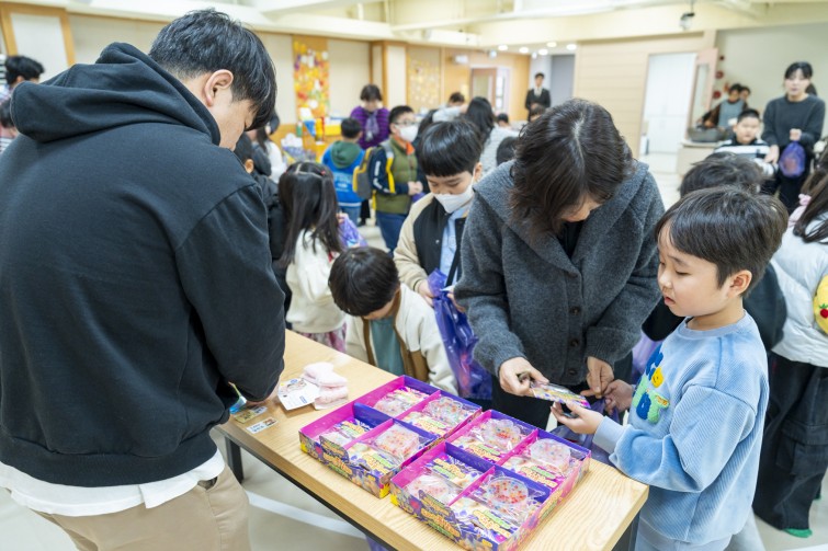 YTo1ODp7czo4OiJGaWxlTmFtZSI7czo0MDoiMGM0ZWJhYjEtZmFkZi00YTZlLTg0NzctNDNhYzBlY2UxMmE1LmpwZyI7czoxMjoiRmlsZURhdGVUaW1lIjtpOjE3NjQzMTgxMDQ7czo4OiJGaWxlU2l6ZSI7aToxNjQyNTY1O3M6ODoiRmlsZVR5cGUiO2k6MjtzOjg6Ik1pbWVUeXBlIjtzOjEwOiJpbWFnZS9qcGVnIjtzOjEzOiJTZWN0aW9uc0ZvdW5kIjtzOjMwOiJBTllfVEFHLCBJRkQwLCBUSFVNQk5BSUwsIEVYSUYiO3M6ODoiQ09NUFVURUQiO2E6OTp7czo0OiJodG1sIjtzOjI2OiJ3aWR0aD0iMTc1MiIgaGVpZ2h0PSIxMTY4IiI7czo2OiJIZWlnaHQiO2k6MTE2ODtzOjU6IldpZHRoIjtpOjE3NTI7czo3OiJJc0NvbG9yIjtpOjE7czoxNzoiQnl0ZU9yZGVyTW90b3JvbGEiO2k6MDtzOjE1OiJBcGVydHVyZUZOdW1iZXIiO3M6NToiZi8zLjIiO3M6OToiQ29weXJpZ2h0IjtzOjQ6IllBQkMiO3M6MTg6IlRodW1ibmFpbC5GaWxlVHlwZSI7aToyO3M6MTg6IlRodW1ibmFpbC5NaW1lVHlwZSI7czoxMDoiaW1hZ2UvanBlZyI7fXM6NDoiTWFrZSI7czo0OiJTT05ZIjtzOjU6Ik1vZGVsIjtzOjg6IklMQ0UtN000IjtzOjExOiJYUmVzb2x1dGlvbiI7czo1OiIyNDAvMSI7czoxMToiWVJlc29sdXRpb24iO3M6NToiMjQwLzEiO3M6MTQ6IlJlc29sdXRpb25Vbml0IjtpOjI7czo4OiJTb2Z0d2FyZSI7czo1MjoiQWRvYmUgUGhvdG9zaG9wIExpZ2h0cm9vbSBDbGFzc2ljIDE1LjAuMSAoTWFjaW50b3NoKSI7czo4OiJEYXRlVGltZSI7czoxOToiMjAyNToxMToyOCAxNzoxNTo1MyI7czo2OiJBcnRpc3QiO3M6NzoiWUFCQ19TRyI7czo5OiJDb3B5cmlnaHQiO3M6NDoiWUFCQyI7czoxNjoiRXhpZl9JRkRfUG9pbnRlciI7aToyNTQ7czo5OiJUSFVNQk5BSUwiO2E6Njp7czoxMToiQ29tcHJlc3Npb24iO2k6NjtzOjExOiJYUmVzb2x1dGlvbiI7czo0OiI3Mi8xIjtzOjExOiJZUmVzb2x1dGlvbiI7czo0OiI3Mi8xIjtzOjE0OiJSZXNvbHV0aW9uVW5pdCI7aToyO3M6MjE6IkpQRUdJbnRlcmNoYW5nZUZvcm1hdCI7aToxMDQwO3M6Mjc6IkpQRUdJbnRlcmNoYW5nZUZvcm1hdExlbmd0aCI7aToyMDM3ODt9czoxMjoiRXhwb3N1cmVUaW1lIjtzOjU6IjEvMTI1IjtzOjc6IkZOdW1iZXIiO3M6NToiMzIvMTAiO3M6MTU6IkV4cG9zdXJlUHJvZ3JhbSI7aToxO3M6MTU6IklTT1NwZWVkUmF0aW5ncyI7aTo2NDA7czoxOToiVW5kZWZpbmVkVGFnOjB4ODgzMCI7aToyO3M6MTk6IlVuZGVmaW5lZFRhZzoweDg4MzIiO2k6NjQwO3M6MTE6IkV4aWZWZXJzaW9uIjtzOjQ6IjAyMzIiO3M6MTY6IkRhdGVUaW1lT3JpZ2luYWwiO3M6MTk6IjIwMjU6MTE6MjMgMTI6Mjk6MTAiO3M6MTc6IkRhdGVUaW1lRGlnaXRpemVkIjtzOjE5OiIyMDI1OjExOjIzIDEyOjI5OjEwIjtzOjE5OiJVbmRlZmluZWRUYWc6MHg5MDEwIjtzOjY6IiswOTowMCI7czoxOToiVW5kZWZpbmVkVGFnOjB4OTAxMSI7czo2OiIrMDk6MDAiO3M6MTk6IlVuZGVmaW5lZFRhZzoweDkwMTIiO3M6NjoiKzA5OjAwIjtzOjE3OiJTaHV0dGVyU3BlZWRWYWx1ZSI7czoxNToiNjk2NTc4NC8xMDAwMDAwIjtzOjEzOiJBcGVydHVyZVZhbHVlIjtzOjE1OiIzMzU2MTQ0LzEwMDAwMDAiO3M6MTU6IkJyaWdodG5lc3NWYWx1ZSI7czo5OiI1NjM0LzI1NjAiO3M6MTc6IkV4cG9zdXJlQmlhc1ZhbHVlIjtzOjQ6IjAvMTAiO3M6MTY6Ik1heEFwZXJ0dXJlVmFsdWUiO3M6NzoiNzYwLzI1NiI7czoxMjoiTWV0ZXJpbmdNb2RlIjtpOjU7czoxMToiTGlnaHRTb3VyY2UiO2k6MDtzOjU6IkZsYXNoIjtpOjE2O3M6MTE6IkZvY2FsTGVuZ3RoIjtzOjY6IjI0MC8xMCI7czoxODoiU3ViU2VjVGltZU9yaWdpbmFsIjtzOjM6IjQ3MSI7czoxOToiU3ViU2VjVGltZURpZ2l0aXplZCI7czozOiI0NzEiO3M6MTA6IkNvbG9yU3BhY2UiO2k6NjU1MzU7czoyMToiRm9jYWxQbGFuZVhSZXNvbHV0aW9uIjtzOjE0OiI2NDQ0OTMzOS8zMjc2OCI7czoyMToiRm9jYWxQbGFuZVlSZXNvbHV0aW9uIjtzOjE0OiI2NDQ0OTMzOS8zMjc2OCI7czoyNDoiRm9jYWxQbGFuZVJlc29sdXRpb25Vbml0IjtpOjM7czoxMDoiRmlsZVNvdXJjZSI7czoxOiIDIjtzOjk6IlNjZW5lVHlwZSI7czoxOiIBIjtzOjE0OiJDdXN0b21SZW5kZXJlZCI7aTowO3M6MTI6IkV4cG9zdXJlTW9kZSI7aToxO3M6MTI6IldoaXRlQmFsYW5jZSI7aToxO3M6MTY6IkRpZ2l0YWxab29tUmF0aW8iO3M6NToiMTYvMTYiO3M6MjE6IkZvY2FsTGVuZ3RoSW4zNW1tRmlsbSI7aToyNDtzOjE2OiJTY2VuZUNhcHR1cmVUeXBlIjtpOjA7czo4OiJDb250cmFzdCI7aTowO3M6MTA6IlNhdHVyYXRpb24iO2k6MDtzOjk6IlNoYXJwbmVzcyI7aTowO3M6MTk6IlVuZGVmaW5lZFRhZzoweEE0MzIiO2E6NDp7aTowO3M6NjoiMjQwLzEwIjtpOjE7czo2OiI3MDAvMTAiO2k6MjtzOjU6IjI4LzEwIjtpOjM7czo1OiIyOC8xMCI7fXM6MTk6IlVuZGVmaW5lZFRhZzoweEE0MzQiO3M6MjE6IkZFIDI0LTcwbW0gRjIuOCBHTSBJSSI7fQ==