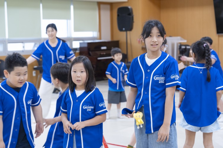 YTo1ODp7czo4OiJGaWxlTmFtZSI7czo0MDoiMGNhMGQxYTYtZDU0Ni00NGUyLThjNzEtM2IwNmY0ZjA3Y2JlLmpwZyI7czoxMjoiRmlsZURhdGVUaW1lIjtpOjE3NTc4MjkxMjM7czo4OiJGaWxlU2l6ZSI7aToxMzAwNTgzO3M6ODoiRmlsZVR5cGUiO2k6MjtzOjg6Ik1pbWVUeXBlIjtzOjEwOiJpbWFnZS9qcGVnIjtzOjEzOiJTZWN0aW9uc0ZvdW5kIjtzOjMwOiJBTllfVEFHLCBJRkQwLCBUSFVNQk5BSUwsIEVYSUYiO3M6ODoiQ09NUFVURUQiO2E6OTp7czo0OiJodG1sIjtzOjI2OiJ3aWR0aD0iMTcyMSIgaGVpZ2h0PSIxMTQ3IiI7czo2OiJIZWlnaHQiO2k6MTE0NztzOjU6IldpZHRoIjtpOjE3MjE7czo3OiJJc0NvbG9yIjtpOjE7czoxNzoiQnl0ZU9yZGVyTW90b3JvbGEiO2k6MDtzOjE1OiJBcGVydHVyZUZOdW1iZXIiO3M6NToiZi80LjAiO3M6OToiQ29weXJpZ2h0IjtzOjQ6IllBQkMiO3M6MTg6IlRodW1ibmFpbC5GaWxlVHlwZSI7aToyO3M6MTg6IlRodW1ibmFpbC5NaW1lVHlwZSI7czoxMDoiaW1hZ2UvanBlZyI7fXM6NDoiTWFrZSI7czo0OiJTT05ZIjtzOjU6Ik1vZGVsIjtzOjg6IklMQ0UtN000IjtzOjExOiJYUmVzb2x1dGlvbiI7czo1OiIyNDAvMSI7czoxMToiWVJlc29sdXRpb24iO3M6NToiMjQwLzEiO3M6MTQ6IlJlc29sdXRpb25Vbml0IjtpOjI7czo4OiJTb2Z0d2FyZSI7czo1MjoiQWRvYmUgUGhvdG9zaG9wIExpZ2h0cm9vbSBDbGFzc2ljIDE0LjUuMSAoTWFjaW50b3NoKSI7czo4OiJEYXRlVGltZSI7czoxOToiMjAyNTowOToxNCAxNDo1MDozOSI7czo2OiJBcnRpc3QiO3M6NzoiWUFCQ19TRyI7czo5OiJDb3B5cmlnaHQiO3M6NDoiWUFCQyI7czoxNjoiRXhpZl9JRkRfUG9pbnRlciI7aToyNTQ7czo5OiJUSFVNQk5BSUwiO2E6Njp7czoxMToiQ29tcHJlc3Npb24iO2k6NjtzOjExOiJYUmVzb2x1dGlvbiI7czo0OiI3Mi8xIjtzOjExOiJZUmVzb2x1dGlvbiI7czo0OiI3Mi8xIjtzOjE0OiJSZXNvbHV0aW9uVW5pdCI7aToyO3M6MjE6IkpQRUdJbnRlcmNoYW5nZUZvcm1hdCI7aToxMDQwO3M6Mjc6IkpQRUdJbnRlcmNoYW5nZUZvcm1hdExlbmd0aCI7aToyMDUxNjt9czoxMjoiRXhwb3N1cmVUaW1lIjtzOjU6IjEvMTAwIjtzOjc6IkZOdW1iZXIiO3M6MzoiNC8xIjtzOjE1OiJFeHBvc3VyZVByb2dyYW0iO2k6MTtzOjE1OiJJU09TcGVlZFJhdGluZ3MiO2k6MTAwMDtzOjE5OiJVbmRlZmluZWRUYWc6MHg4ODMwIjtpOjI7czoxOToiVW5kZWZpbmVkVGFnOjB4ODgzMiI7aToxMDAwO3M6MTE6IkV4aWZWZXJzaW9uIjtzOjQ6IjAyMzIiO3M6MTY6IkRhdGVUaW1lT3JpZ2luYWwiO3M6MTk6IjIwMjU6MDk6MTQgMTQ6MDM6NDIiO3M6MTc6IkRhdGVUaW1lRGlnaXRpemVkIjtzOjE5OiIyMDI1OjA5OjE0IDE0OjAzOjQyIjtzOjE5OiJVbmRlZmluZWRUYWc6MHg5MDEwIjtzOjY6IiswOTowMCI7czoxOToiVW5kZWZpbmVkVGFnOjB4OTAxMSI7czo2OiIrMDk6MDAiO3M6MTk6IlVuZGVmaW5lZFRhZzoweDkwMTIiO3M6NjoiKzA5OjAwIjtzOjE3OiJTaHV0dGVyU3BlZWRWYWx1ZSI7czoxNToiNjY0Mzg1Ni8xMDAwMDAwIjtzOjEzOiJBcGVydHVyZVZhbHVlIjtzOjM6IjQvMSI7czoxNToiQnJpZ2h0bmVzc1ZhbHVlIjtzOjk6IjcxMjQvMjU2MCI7czoxNzoiRXhwb3N1cmVCaWFzVmFsdWUiO3M6NDoiMC8xMCI7czoxNjoiTWF4QXBlcnR1cmVWYWx1ZSI7czo3OiI3NjAvMjU2IjtzOjEyOiJNZXRlcmluZ01vZGUiO2k6NTtzOjExOiJMaWdodFNvdXJjZSI7aToyNTU7czo1OiJGbGFzaCI7aToxNjtzOjExOiJGb2NhbExlbmd0aCI7czo2OiI3MDAvMTAiO3M6MTg6IlN1YlNlY1RpbWVPcmlnaW5hbCI7czozOiI2NTgiO3M6MTk6IlN1YlNlY1RpbWVEaWdpdGl6ZWQiO3M6MzoiNjU4IjtzOjEwOiJDb2xvclNwYWNlIjtpOjY1NTM1O3M6MjE6IkZvY2FsUGxhbmVYUmVzb2x1dGlvbiI7czoxNDoiNjQ0NDkzMzkvMzI3NjgiO3M6MjE6IkZvY2FsUGxhbmVZUmVzb2x1dGlvbiI7czoxNDoiNjQ0NDkzMzkvMzI3NjgiO3M6MjQ6IkZvY2FsUGxhbmVSZXNvbHV0aW9uVW5pdCI7aTozO3M6MTA6IkZpbGVTb3VyY2UiO3M6MToiAyI7czo5OiJTY2VuZVR5cGUiO3M6MToiASI7czoxNDoiQ3VzdG9tUmVuZGVyZWQiO2k6MDtzOjEyOiJFeHBvc3VyZU1vZGUiO2k6MTtzOjEyOiJXaGl0ZUJhbGFuY2UiO2k6MTtzOjE2OiJEaWdpdGFsWm9vbVJhdGlvIjtzOjU6IjE2LzE2IjtzOjIxOiJGb2NhbExlbmd0aEluMzVtbUZpbG0iO2k6NzA7czoxNjoiU2NlbmVDYXB0dXJlVHlwZSI7aTowO3M6ODoiQ29udHJhc3QiO2k6MDtzOjEwOiJTYXR1cmF0aW9uIjtpOjA7czo5OiJTaGFycG5lc3MiO2k6MDtzOjE5OiJVbmRlZmluZWRUYWc6MHhBNDMyIjthOjQ6e2k6MDtzOjY6IjI0MC8xMCI7aToxO3M6NjoiNzAwLzEwIjtpOjI7czo1OiIyOC8xMCI7aTozO3M6NToiMjgvMTAiO31zOjE5OiJVbmRlZmluZWRUYWc6MHhBNDM0IjtzOjIxOiJGRSAyNC03MG1tIEYyLjggR00gSUkiO30=