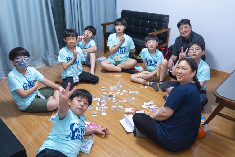 YTo1ODp7czo4OiJGaWxlTmFtZSI7czo0MDoiMTI5Y2ExM2MtNDY3ZC00Zjc5LThmZmQtNGNhN2IzNDEwNmI2LmpwZyI7czoxMjoiRmlsZURhdGVUaW1lIjtpOjE3NTM3NjYyMDM7czo4OiJGaWxlU2l6ZSI7aToxNDg1ODY5O3M6ODoiRmlsZVR5cGUiO2k6MjtzOjg6Ik1pbWVUeXBlIjtzOjEwOiJpbWFnZS9qcGVnIjtzOjEzOiJTZWN0aW9uc0ZvdW5kIjtzOjMwOiJBTllfVEFHLCBJRkQwLCBUSFVNQk5BSUwsIEVYSUYiO3M6ODoiQ09NUFVURUQiO2E6OTp7czo0OiJodG1sIjtzOjI2OiJ3aWR0aD0iMTY5MyIgaGVpZ2h0PSIxMTI5IiI7czo2OiJIZWlnaHQiO2k6MTEyOTtzOjU6IldpZHRoIjtpOjE2OTM7czo3OiJJc0NvbG9yIjtpOjE7czoxNzoiQnl0ZU9yZGVyTW90b3JvbGEiO2k6MDtzOjE1OiJBcGVydHVyZUZOdW1iZXIiO3M6NToiZi8yLjgiO3M6OToiQ29weXJpZ2h0IjtzOjQ6IllBQkMiO3M6MTg6IlRodW1ibmFpbC5GaWxlVHlwZSI7aToyO3M6MTg6IlRodW1ibmFpbC5NaW1lVHlwZSI7czoxMDoiaW1hZ2UvanBlZyI7fXM6NDoiTWFrZSI7czo0OiJTT05ZIjtzOjU6Ik1vZGVsIjtzOjg6IklMQ0UtN000IjtzOjExOiJYUmVzb2x1dGlvbiI7czo1OiIyNDAvMSI7czoxMToiWVJlc29sdXRpb24iO3M6NToiMjQwLzEiO3M6MTQ6IlJlc29sdXRpb25Vbml0IjtpOjI7czo4OiJTb2Z0d2FyZSI7czo1MDoiQWRvYmUgUGhvdG9zaG9wIExpZ2h0cm9vbSBDbGFzc2ljIDE0LjQgKE1hY2ludG9zaCkiO3M6ODoiRGF0ZVRpbWUiO3M6MTk6IjIwMjU6MDc6MjkgMTQ6MTE6NTYiO3M6NjoiQXJ0aXN0IjtzOjc6IllBQkNfU0ciO3M6OToiQ29weXJpZ2h0IjtzOjQ6IllBQkMiO3M6MTY6IkV4aWZfSUZEX1BvaW50ZXIiO2k6MjUyO3M6OToiVEhVTUJOQUlMIjthOjY6e3M6MTE6IkNvbXByZXNzaW9uIjtpOjY7czoxMToiWFJlc29sdXRpb24iO3M6NDoiNzIvMSI7czoxMToiWVJlc29sdXRpb24iO3M6NDoiNzIvMSI7czoxNDoiUmVzb2x1dGlvblVuaXQiO2k6MjtzOjIxOiJKUEVHSW50ZXJjaGFuZ2VGb3JtYXQiO2k6MTAzODtzOjI3OiJKUEVHSW50ZXJjaGFuZ2VGb3JtYXRMZW5ndGgiO2k6MTk0ODY7fXM6MTI6IkV4cG9zdXJlVGltZSI7czo0OiIxLzYwIjtzOjc6IkZOdW1iZXIiO3M6NToiMjgvMTAiO3M6MTU6IkV4cG9zdXJlUHJvZ3JhbSI7aToxO3M6MTU6IklTT1NwZWVkUmF0aW5ncyI7aTozMjA7czoxOToiVW5kZWZpbmVkVGFnOjB4ODgzMCI7aToyO3M6MTk6IlVuZGVmaW5lZFRhZzoweDg4MzIiO2k6MzIwO3M6MTE6IkV4aWZWZXJzaW9uIjtzOjQ6IjAyMzIiO3M6MTY6IkRhdGVUaW1lT3JpZ2luYWwiO3M6MTk6IjIwMjU6MDc6MjYgMjA6MTI6NTQiO3M6MTc6IkRhdGVUaW1lRGlnaXRpemVkIjtzOjE5OiIyMDI1OjA3OjI2IDIwOjEyOjU0IjtzOjE5OiJVbmRlZmluZWRUYWc6MHg5MDEwIjtzOjY6IiswOTowMCI7czoxOToiVW5kZWZpbmVkVGFnOjB4OTAxMSI7czo2OiIrMDk6MDAiO3M6MTk6IlVuZGVmaW5lZFRhZzoweDkwMTIiO3M6NjoiKzA5OjAwIjtzOjE3OiJTaHV0dGVyU3BlZWRWYWx1ZSI7czoxNToiNTkwNjg5MS8xMDAwMDAwIjtzOjEzOiJBcGVydHVyZVZhbHVlIjtzOjE1OiIyOTcwODU0LzEwMDAwMDAiO3M6MTU6IkJyaWdodG5lc3NWYWx1ZSI7czo5OiIxMTg0LzI1NjAiO3M6MTc6IkV4cG9zdXJlQmlhc1ZhbHVlIjtzOjQ6IjAvMTAiO3M6MTY6Ik1heEFwZXJ0dXJlVmFsdWUiO3M6NzoiNzYwLzI1NiI7czoxMjoiTWV0ZXJpbmdNb2RlIjtpOjU7czoxMToiTGlnaHRTb3VyY2UiO2k6MDtzOjU6IkZsYXNoIjtpOjE1O3M6MTE6IkZvY2FsTGVuZ3RoIjtzOjY6IjMwMC8xMCI7czoxODoiU3ViU2VjVGltZU9yaWdpbmFsIjtzOjM6IjE5MCI7czoxOToiU3ViU2VjVGltZURpZ2l0aXplZCI7czozOiIxOTAiO3M6MTA6IkNvbG9yU3BhY2UiO2k6NjU1MzU7czoyMToiRm9jYWxQbGFuZVhSZXNvbHV0aW9uIjtzOjE0OiI2NDQ0OTMzOS8zMjc2OCI7czoyMToiRm9jYWxQbGFuZVlSZXNvbHV0aW9uIjtzOjE0OiI2NDQ0OTMzOS8zMjc2OCI7czoyNDoiRm9jYWxQbGFuZVJlc29sdXRpb25Vbml0IjtpOjM7czoxMDoiRmlsZVNvdXJjZSI7czoxOiIDIjtzOjk6IlNjZW5lVHlwZSI7czoxOiIBIjtzOjE0OiJDdXN0b21SZW5kZXJlZCI7aTowO3M6MTI6IkV4cG9zdXJlTW9kZSI7aToxO3M6MTI6IldoaXRlQmFsYW5jZSI7aToxO3M6MTY6IkRpZ2l0YWxab29tUmF0aW8iO3M6NToiMTYvMTYiO3M6MjE6IkZvY2FsTGVuZ3RoSW4zNW1tRmlsbSI7aTozMDtzOjE2OiJTY2VuZUNhcHR1cmVUeXBlIjtpOjA7czo4OiJDb250cmFzdCI7aTowO3M6MTA6IlNhdHVyYXRpb24iO2k6MDtzOjk6IlNoYXJwbmVzcyI7aTowO3M6MTk6IlVuZGVmaW5lZFRhZzoweEE0MzIiO2E6NDp7aTowO3M6NjoiMjQwLzEwIjtpOjE7czo2OiI3MDAvMTAiO2k6MjtzOjU6IjI4LzEwIjtpOjM7czo1OiIyOC8xMCI7fXM6MTk6IlVuZGVmaW5lZFRhZzoweEE0MzQiO3M6MjE6IkZFIDI0LTcwbW0gRjIuOCBHTSBJSSI7fQ==