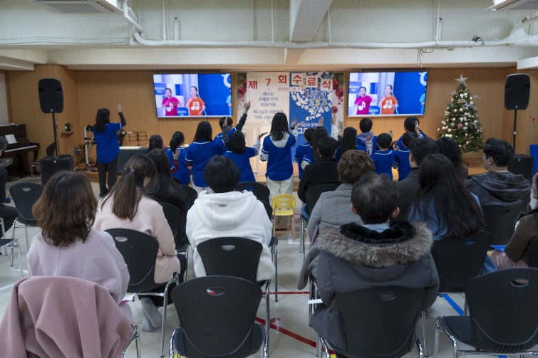 YTo1ODp7czo4OiJGaWxlTmFtZSI7czo0MDoiMTQ1M2NiYzMtMjgwNi00OTI5LTkyZmQtMmVlNTZhYzE3MjljLmpwZyI7czoxMjoiRmlsZURhdGVUaW1lIjtpOjE3NjUxNjY3ODY7czo4OiJGaWxlU2l6ZSI7aToyMzQ4ODE2O3M6ODoiRmlsZVR5cGUiO2k6MjtzOjg6Ik1pbWVUeXBlIjtzOjEwOiJpbWFnZS9qcGVnIjtzOjEzOiJTZWN0aW9uc0ZvdW5kIjtzOjMwOiJBTllfVEFHLCBJRkQwLCBUSFVNQk5BSUwsIEVYSUYiO3M6ODoiQ09NUFVURUQiO2E6OTp7czo0OiJodG1sIjtzOjI2OiJ3aWR0aD0iMjQxNiIgaGVpZ2h0PSIxNjExIiI7czo2OiJIZWlnaHQiO2k6MTYxMTtzOjU6IldpZHRoIjtpOjI0MTY7czo3OiJJc0NvbG9yIjtpOjE7czoxNzoiQnl0ZU9yZGVyTW90b3JvbGEiO2k6MDtzOjE1OiJBcGVydHVyZUZOdW1iZXIiO3M6NToiZi8yLjgiO3M6OToiQ29weXJpZ2h0IjtzOjQ6IllBQkMiO3M6MTg6IlRodW1ibmFpbC5GaWxlVHlwZSI7aToyO3M6MTg6IlRodW1ibmFpbC5NaW1lVHlwZSI7czoxMDoiaW1hZ2UvanBlZyI7fXM6NDoiTWFrZSI7czo0OiJTT05ZIjtzOjU6Ik1vZGVsIjtzOjg6IklMQ0UtN000IjtzOjExOiJYUmVzb2x1dGlvbiI7czo1OiIyNDAvMSI7czoxMToiWVJlc29sdXRpb24iO3M6NToiMjQwLzEiO3M6MTQ6IlJlc29sdXRpb25Vbml0IjtpOjI7czo4OiJTb2Z0d2FyZSI7czo1MjoiQWRvYmUgUGhvdG9zaG9wIExpZ2h0cm9vbSBDbGFzc2ljIDE0LjEuMSAoTWFjaW50b3NoKSI7czo4OiJEYXRlVGltZSI7czoxOToiMjAyNToxMjowOCAxMzowNDoyMSI7czo2OiJBcnRpc3QiO3M6NzoiWUFCQ19TRyI7czo5OiJDb3B5cmlnaHQiO3M6NDoiWUFCQyI7czoxNjoiRXhpZl9JRkRfUG9pbnRlciI7aToyNTQ7czo5OiJUSFVNQk5BSUwiO2E6Njp7czoxMToiQ29tcHJlc3Npb24iO2k6NjtzOjExOiJYUmVzb2x1dGlvbiI7czo0OiI3Mi8xIjtzOjExOiJZUmVzb2x1dGlvbiI7czo0OiI3Mi8xIjtzOjE0OiJSZXNvbHV0aW9uVW5pdCI7aToyO3M6MjE6IkpQRUdJbnRlcmNoYW5nZUZvcm1hdCI7aToxMDQwO3M6Mjc6IkpQRUdJbnRlcmNoYW5nZUZvcm1hdExlbmd0aCI7aToxNzUwMzt9czoxMjoiRXhwb3N1cmVUaW1lIjtzOjU6IjEvMjUwIjtzOjc6IkZOdW1iZXIiO3M6NToiMjgvMTAiO3M6MTU6IkV4cG9zdXJlUHJvZ3JhbSI7aToxO3M6MTU6IklTT1NwZWVkUmF0aW5ncyI7aTozMjA7czoxOToiVW5kZWZpbmVkVGFnOjB4ODgzMCI7aToyO3M6MTk6IlVuZGVmaW5lZFRhZzoweDg4MzIiO2k6MzIwO3M6MTE6IkV4aWZWZXJzaW9uIjtzOjQ6IjAyMzIiO3M6MTY6IkRhdGVUaW1lT3JpZ2luYWwiO3M6MTk6IjIwMjU6MTI6MDcgMTU6MDE6MjIiO3M6MTc6IkRhdGVUaW1lRGlnaXRpemVkIjtzOjE5OiIyMDI1OjEyOjA3IDE1OjAxOjIyIjtzOjE5OiJVbmRlZmluZWRUYWc6MHg5MDEwIjtzOjY6IiswOTowMCI7czoxOToiVW5kZWZpbmVkVGFnOjB4OTAxMSI7czo2OiIrMDk6MDAiO3M6MTk6IlVuZGVmaW5lZFRhZzoweDkwMTIiO3M6NjoiKzA5OjAwIjtzOjE3OiJTaHV0dGVyU3BlZWRWYWx1ZSI7czoxNToiNzk2NTc4NC8xMDAwMDAwIjtzOjEzOiJBcGVydHVyZVZhbHVlIjtzOjE1OiIyOTcwODU0LzEwMDAwMDAiO3M6MTU6IkJyaWdodG5lc3NWYWx1ZSI7czo5OiI2MDI0LzI1NjAiO3M6MTc6IkV4cG9zdXJlQmlhc1ZhbHVlIjtzOjQ6IjAvMTAiO3M6MTY6Ik1heEFwZXJ0dXJlVmFsdWUiO3M6NzoiNzYwLzI1NiI7czoxMjoiTWV0ZXJpbmdNb2RlIjtpOjU7czoxMToiTGlnaHRTb3VyY2UiO2k6MDtzOjU6IkZsYXNoIjtpOjEzO3M6MTE6IkZvY2FsTGVuZ3RoIjtzOjY6IjMxMC8xMCI7czoxODoiU3ViU2VjVGltZU9yaWdpbmFsIjtzOjM6Ijk3MyI7czoxOToiU3ViU2VjVGltZURpZ2l0aXplZCI7czozOiI5NzMiO3M6MTA6IkNvbG9yU3BhY2UiO2k6NjU1MzU7czoyMToiRm9jYWxQbGFuZVhSZXNvbHV0aW9uIjtzOjE0OiI2NDQ0OTMzOS8zMjc2OCI7czoyMToiRm9jYWxQbGFuZVlSZXNvbHV0aW9uIjtzOjE0OiI2NDQ0OTMzOS8zMjc2OCI7czoyNDoiRm9jYWxQbGFuZVJlc29sdXRpb25Vbml0IjtpOjM7czoxMDoiRmlsZVNvdXJjZSI7czoxOiIDIjtzOjk6IlNjZW5lVHlwZSI7czoxOiIBIjtzOjE0OiJDdXN0b21SZW5kZXJlZCI7aTowO3M6MTI6IkV4cG9zdXJlTW9kZSI7aToxO3M6MTI6IldoaXRlQmFsYW5jZSI7aToxO3M6MTY6IkRpZ2l0YWxab29tUmF0aW8iO3M6NToiMTYvMTYiO3M6MjE6IkZvY2FsTGVuZ3RoSW4zNW1tRmlsbSI7aTozMTtzOjE2OiJTY2VuZUNhcHR1cmVUeXBlIjtpOjA7czo4OiJDb250cmFzdCI7aTowO3M6MTA6IlNhdHVyYXRpb24iO2k6MDtzOjk6IlNoYXJwbmVzcyI7aTowO3M6MTk6IlVuZGVmaW5lZFRhZzoweEE0MzIiO2E6NDp7aTowO3M6NjoiMjQwLzEwIjtpOjE7czo2OiI3MDAvMTAiO2k6MjtzOjU6IjI4LzEwIjtpOjM7czo1OiIyOC8xMCI7fXM6MTk6IlVuZGVmaW5lZFRhZzoweEE0MzQiO3M6MjE6IkZFIDI0LTcwbW0gRjIuOCBHTSBJSSI7fQ==