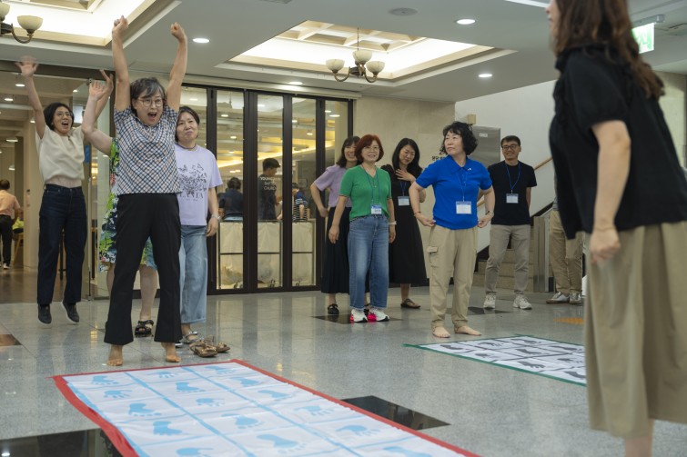 YTo1ODp7czo4OiJGaWxlTmFtZSI7czo0MDoiMTQ2ZTdlN2QtODdjOS00MDkyLThkZDgtNGJlNjYzZDRkNzExLmpwZyI7czoxMjoiRmlsZURhdGVUaW1lIjtpOjE3NTY1NDkyMzc7czo4OiJGaWxlU2l6ZSI7aToxMjQ5OTY2O3M6ODoiRmlsZVR5cGUiO2k6MjtzOjg6Ik1pbWVUeXBlIjtzOjEwOiJpbWFnZS9qcGVnIjtzOjEzOiJTZWN0aW9uc0ZvdW5kIjtzOjMwOiJBTllfVEFHLCBJRkQwLCBUSFVNQk5BSUwsIEVYSUYiO3M6ODoiQ09NUFVURUQiO2E6OTp7czo0OiJodG1sIjtzOjI2OiJ3aWR0aD0iMTczMyIgaGVpZ2h0PSIxMTU1IiI7czo2OiJIZWlnaHQiO2k6MTE1NTtzOjU6IldpZHRoIjtpOjE3MzM7czo3OiJJc0NvbG9yIjtpOjE7czoxNzoiQnl0ZU9yZGVyTW90b3JvbGEiO2k6MDtzOjE1OiJBcGVydHVyZUZOdW1iZXIiO3M6NToiZi8yLjgiO3M6OToiQ29weXJpZ2h0IjtzOjQ6IllBQkMiO3M6MTg6IlRodW1ibmFpbC5GaWxlVHlwZSI7aToyO3M6MTg6IlRodW1ibmFpbC5NaW1lVHlwZSI7czoxMDoiaW1hZ2UvanBlZyI7fXM6NDoiTWFrZSI7czo0OiJTT05ZIjtzOjU6Ik1vZGVsIjtzOjg6IklMQ0UtN000IjtzOjExOiJYUmVzb2x1dGlvbiI7czo1OiIyNDAvMSI7czoxMToiWVJlc29sdXRpb24iO3M6NToiMjQwLzEiO3M6MTQ6IlJlc29sdXRpb25Vbml0IjtpOjI7czo4OiJTb2Z0d2FyZSI7czo1MjoiQWRvYmUgUGhvdG9zaG9wIExpZ2h0cm9vbSBDbGFzc2ljIDE0LjUuMSAoTWFjaW50b3NoKSI7czo4OiJEYXRlVGltZSI7czoxOToiMjAyNTowODozMCAxOToxNjowNiI7czo2OiJBcnRpc3QiO3M6NzoiWUFCQ19TRyI7czo5OiJDb3B5cmlnaHQiO3M6NDoiWUFCQyI7czoxNjoiRXhpZl9JRkRfUG9pbnRlciI7aToyNTQ7czo5OiJUSFVNQk5BSUwiO2E6Njp7czoxMToiQ29tcHJlc3Npb24iO2k6NjtzOjExOiJYUmVzb2x1dGlvbiI7czo0OiI3Mi8xIjtzOjExOiJZUmVzb2x1dGlvbiI7czo0OiI3Mi8xIjtzOjE0OiJSZXNvbHV0aW9uVW5pdCI7aToyO3M6MjE6IkpQRUdJbnRlcmNoYW5nZUZvcm1hdCI7aToxMDQwO3M6Mjc6IkpQRUdJbnRlcmNoYW5nZUZvcm1hdExlbmd0aCI7aToxNzE3NTt9czoxMjoiRXhwb3N1cmVUaW1lIjtzOjQ6IjEvNjAiO3M6NzoiRk51bWJlciI7czo1OiIyOC8xMCI7czoxNToiRXhwb3N1cmVQcm9ncmFtIjtpOjE7czoxNToiSVNPU3BlZWRSYXRpbmdzIjtpOjEyNTtzOjE5OiJVbmRlZmluZWRUYWc6MHg4ODMwIjtpOjI7czoxOToiVW5kZWZpbmVkVGFnOjB4ODgzMiI7aToxMjU7czoxMToiRXhpZlZlcnNpb24iO3M6NDoiMDIzMiI7czoxNjoiRGF0ZVRpbWVPcmlnaW5hbCI7czoxOToiMjAyNTowODozMCAxNTo1Njo1OCI7czoxNzoiRGF0ZVRpbWVEaWdpdGl6ZWQiO3M6MTk6IjIwMjU6MDg6MzAgMTU6NTY6NTgiO3M6MTk6IlVuZGVmaW5lZFRhZzoweDkwMTAiO3M6NjoiKzA5OjAwIjtzOjE5OiJVbmRlZmluZWRUYWc6MHg5MDExIjtzOjY6IiswOTowMCI7czoxOToiVW5kZWZpbmVkVGFnOjB4OTAxMiI7czo2OiIrMDk6MDAiO3M6MTc6IlNodXR0ZXJTcGVlZFZhbHVlIjtzOjE1OiI1OTA2ODkxLzEwMDAwMDAiO3M6MTM6IkFwZXJ0dXJlVmFsdWUiO3M6MTU6IjI5NzA4NTQvMTAwMDAwMCI7czoxNToiQnJpZ2h0bmVzc1ZhbHVlIjtzOjk6IjcxMjQvMjU2MCI7czoxNzoiRXhwb3N1cmVCaWFzVmFsdWUiO3M6NDoiMC8xMCI7czoxNjoiTWF4QXBlcnR1cmVWYWx1ZSI7czo3OiI3NjAvMjU2IjtzOjEyOiJNZXRlcmluZ01vZGUiO2k6NTtzOjExOiJMaWdodFNvdXJjZSI7aTowO3M6NToiRmxhc2giO2k6MTM7czoxMToiRm9jYWxMZW5ndGgiO3M6NjoiNDAwLzEwIjtzOjE4OiJTdWJTZWNUaW1lT3JpZ2luYWwiO3M6MzoiNDAwIjtzOjE5OiJTdWJTZWNUaW1lRGlnaXRpemVkIjtzOjM6IjQwMCI7czoxMDoiQ29sb3JTcGFjZSI7aTo2NTUzNTtzOjIxOiJGb2NhbFBsYW5lWFJlc29sdXRpb24iO3M6MTQ6IjY0NDQ5MzM5LzMyNzY4IjtzOjIxOiJGb2NhbFBsYW5lWVJlc29sdXRpb24iO3M6MTQ6IjY0NDQ5MzM5LzMyNzY4IjtzOjI0OiJGb2NhbFBsYW5lUmVzb2x1dGlvblVuaXQiO2k6MztzOjEwOiJGaWxlU291cmNlIjtzOjE6IgMiO3M6OToiU2NlbmVUeXBlIjtzOjE6IgEiO3M6MTQ6IkN1c3RvbVJlbmRlcmVkIjtpOjA7czoxMjoiRXhwb3N1cmVNb2RlIjtpOjE7czoxMjoiV2hpdGVCYWxhbmNlIjtpOjE7czoxNjoiRGlnaXRhbFpvb21SYXRpbyI7czo1OiIxNi8xNiI7czoyMToiRm9jYWxMZW5ndGhJbjM1bW1GaWxtIjtpOjQwO3M6MTY6IlNjZW5lQ2FwdHVyZVR5cGUiO2k6MDtzOjg6IkNvbnRyYXN0IjtpOjA7czoxMDoiU2F0dXJhdGlvbiI7aTowO3M6OToiU2hhcnBuZXNzIjtpOjA7czoxOToiVW5kZWZpbmVkVGFnOjB4QTQzMiI7YTo0OntpOjA7czo2OiIyNDAvMTAiO2k6MTtzOjY6IjcwMC8xMCI7aToyO3M6NToiMjgvMTAiO2k6MztzOjU6IjI4LzEwIjt9czoxOToiVW5kZWZpbmVkVGFnOjB4QTQzNCI7czoyMToiRkUgMjQtNzBtbSBGMi44IEdNIElJIjt9