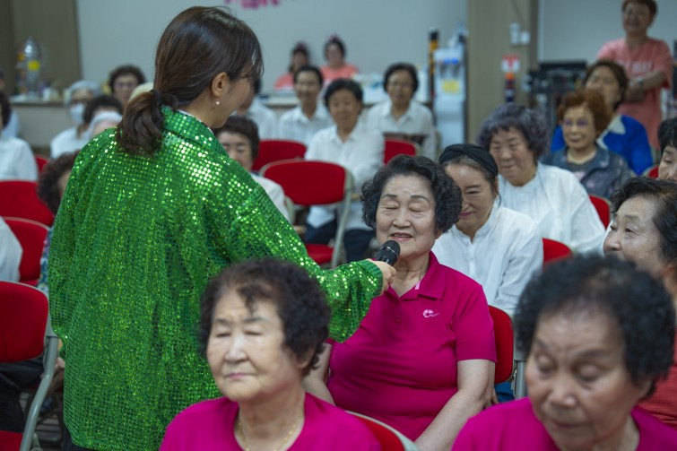 YTo1ODp7czo4OiJGaWxlTmFtZSI7czo0MDoiMTQ3NTQ2NzAtNzk0Yi00MDZjLTg1NTktZTZjZTdlN2YxYmY4LmpwZyI7czoxMjoiRmlsZURhdGVUaW1lIjtpOjE3NTEwMDAzNDQ7czo4OiJGaWxlU2l6ZSI7aToxNTU3NTIyO3M6ODoiRmlsZVR5cGUiO2k6MjtzOjg6Ik1pbWVUeXBlIjtzOjEwOiJpbWFnZS9qcGVnIjtzOjEzOiJTZWN0aW9uc0ZvdW5kIjtzOjMwOiJBTllfVEFHLCBJRkQwLCBUSFVNQk5BSUwsIEVYSUYiO3M6ODoiQ09NUFVURUQiO2E6OTp7czo0OiJodG1sIjtzOjI2OiJ3aWR0aD0iMTc1MiIgaGVpZ2h0PSIxMTY4IiI7czo2OiJIZWlnaHQiO2k6MTE2ODtzOjU6IldpZHRoIjtpOjE3NTI7czo3OiJJc0NvbG9yIjtpOjE7czoxNzoiQnl0ZU9yZGVyTW90b3JvbGEiO2k6MDtzOjE1OiJBcGVydHVyZUZOdW1iZXIiO3M6NToiZi8yLjgiO3M6OToiQ29weXJpZ2h0IjtzOjQ6IllBQkMiO3M6MTg6IlRodW1ibmFpbC5GaWxlVHlwZSI7aToyO3M6MTg6IlRodW1ibmFpbC5NaW1lVHlwZSI7czoxMDoiaW1hZ2UvanBlZyI7fXM6NDoiTWFrZSI7czo0OiJTT05ZIjtzOjU6Ik1vZGVsIjtzOjg6IklMQ0UtN000IjtzOjExOiJYUmVzb2x1dGlvbiI7czo1OiIyNDAvMSI7czoxMToiWVJlc29sdXRpb24iO3M6NToiMjQwLzEiO3M6MTQ6IlJlc29sdXRpb25Vbml0IjtpOjI7czo4OiJTb2Z0d2FyZSI7czo1MDoiQWRvYmUgUGhvdG9zaG9wIExpZ2h0cm9vbSBDbGFzc2ljIDE0LjQgKE1hY2ludG9zaCkiO3M6ODoiRGF0ZVRpbWUiO3M6MTk6IjIwMjU6MDY6MjcgMTM6NTY6MjYiO3M6NjoiQXJ0aXN0IjtzOjc6IllBQkNfU0ciO3M6OToiQ29weXJpZ2h0IjtzOjQ6IllBQkMiO3M6MTY6IkV4aWZfSUZEX1BvaW50ZXIiO2k6MjUyO3M6OToiVEhVTUJOQUlMIjthOjY6e3M6MTE6IkNvbXByZXNzaW9uIjtpOjY7czoxMToiWFJlc29sdXRpb24iO3M6NDoiNzIvMSI7czoxMToiWVJlc29sdXRpb24iO3M6NDoiNzIvMSI7czoxNDoiUmVzb2x1dGlvblVuaXQiO2k6MjtzOjIxOiJKUEVHSW50ZXJjaGFuZ2VGb3JtYXQiO2k6MTAzODtzOjI3OiJKUEVHSW50ZXJjaGFuZ2VGb3JtYXRMZW5ndGgiO2k6MTc5Njk7fXM6MTI6IkV4cG9zdXJlVGltZSI7czo1OiIxLzE2MCI7czo3OiJGTnVtYmVyIjtzOjU6IjI4LzEwIjtzOjE1OiJFeHBvc3VyZVByb2dyYW0iO2k6MTtzOjE1OiJJU09TcGVlZFJhdGluZ3MiO2k6MjUwO3M6MTk6IlVuZGVmaW5lZFRhZzoweDg4MzAiO2k6MjtzOjE5OiJVbmRlZmluZWRUYWc6MHg4ODMyIjtpOjI1MDtzOjExOiJFeGlmVmVyc2lvbiI7czo0OiIwMjMyIjtzOjE2OiJEYXRlVGltZU9yaWdpbmFsIjtzOjE5OiIyMDI1OjA2OjI3IDExOjAyOjU0IjtzOjE3OiJEYXRlVGltZURpZ2l0aXplZCI7czoxOToiMjAyNTowNjoyNyAxMTowMjo1NCI7czoxOToiVW5kZWZpbmVkVGFnOjB4OTAxMCI7czo2OiIrMDk6MDAiO3M6MTk6IlVuZGVmaW5lZFRhZzoweDkwMTEiO3M6NjoiKzA5OjAwIjtzOjE5OiJVbmRlZmluZWRUYWc6MHg5MDEyIjtzOjY6IiswOTowMCI7czoxNzoiU2h1dHRlclNwZWVkVmFsdWUiO3M6MTU6IjczMjE5MjgvMTAwMDAwMCI7czoxMzoiQXBlcnR1cmVWYWx1ZSI7czoxNToiMjk3MDg1NC8xMDAwMDAwIjtzOjE1OiJCcmlnaHRuZXNzVmFsdWUiO3M6OToiNTQyNC8yNTYwIjtzOjE3OiJFeHBvc3VyZUJpYXNWYWx1ZSI7czo0OiIwLzEwIjtzOjE2OiJNYXhBcGVydHVyZVZhbHVlIjtzOjc6Ijc2MC8yNTYiO3M6MTI6Ik1ldGVyaW5nTW9kZSI7aTo1O3M6MTE6IkxpZ2h0U291cmNlIjtpOjA7czo1OiJGbGFzaCI7aToxMztzOjExOiJGb2NhbExlbmd0aCI7czo2OiI2ODAvMTAiO3M6MTg6IlN1YlNlY1RpbWVPcmlnaW5hbCI7czozOiIxODAiO3M6MTk6IlN1YlNlY1RpbWVEaWdpdGl6ZWQiO3M6MzoiMTgwIjtzOjEwOiJDb2xvclNwYWNlIjtpOjY1NTM1O3M6MjE6IkZvY2FsUGxhbmVYUmVzb2x1dGlvbiI7czoxNDoiNjQ0NDkzMzkvMzI3NjgiO3M6MjE6IkZvY2FsUGxhbmVZUmVzb2x1dGlvbiI7czoxNDoiNjQ0NDkzMzkvMzI3NjgiO3M6MjQ6IkZvY2FsUGxhbmVSZXNvbHV0aW9uVW5pdCI7aTozO3M6MTA6IkZpbGVTb3VyY2UiO3M6MToiAyI7czo5OiJTY2VuZVR5cGUiO3M6MToiASI7czoxNDoiQ3VzdG9tUmVuZGVyZWQiO2k6MDtzOjEyOiJFeHBvc3VyZU1vZGUiO2k6MTtzOjEyOiJXaGl0ZUJhbGFuY2UiO2k6MTtzOjE2OiJEaWdpdGFsWm9vbVJhdGlvIjtzOjU6IjE2LzE2IjtzOjIxOiJGb2NhbExlbmd0aEluMzVtbUZpbG0iO2k6Njg7czoxNjoiU2NlbmVDYXB0dXJlVHlwZSI7aTowO3M6ODoiQ29udHJhc3QiO2k6MDtzOjEwOiJTYXR1cmF0aW9uIjtpOjA7czo5OiJTaGFycG5lc3MiO2k6MDtzOjE5OiJVbmRlZmluZWRUYWc6MHhBNDMyIjthOjQ6e2k6MDtzOjY6IjI0MC8xMCI7aToxO3M6NjoiNzAwLzEwIjtpOjI7czo1OiIyOC8xMCI7aTozO3M6NToiMjgvMTAiO31zOjE5OiJVbmRlZmluZWRUYWc6MHhBNDM0IjtzOjIxOiJGRSAyNC03MG1tIEYyLjggR00gSUkiO30=