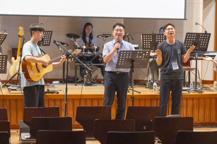 YTo1ODp7czo4OiJGaWxlTmFtZSI7czo0MDoiMWQ1NWQ5MjctMjAzYy00YjhlLWFhMmUtYTVhNjZhOWU3NzU5LmpwZyI7czoxMjoiRmlsZURhdGVUaW1lIjtpOjE3NTEzMzQxMTc7czo4OiJGaWxlU2l6ZSI7aToxNjg3NTM1O3M6ODoiRmlsZVR5cGUiO2k6MjtzOjg6Ik1pbWVUeXBlIjtzOjEwOiJpbWFnZS9qcGVnIjtzOjEzOiJTZWN0aW9uc0ZvdW5kIjtzOjMwOiJBTllfVEFHLCBJRkQwLCBUSFVNQk5BSUwsIEVYSUYiO3M6ODoiQ09NUFVURUQiO2E6OTp7czo0OiJodG1sIjtzOjI2OiJ3aWR0aD0iMTc1MiIgaGVpZ2h0PSIxMTY4IiI7czo2OiJIZWlnaHQiO2k6MTE2ODtzOjU6IldpZHRoIjtpOjE3NTI7czo3OiJJc0NvbG9yIjtpOjE7czoxNzoiQnl0ZU9yZGVyTW90b3JvbGEiO2k6MDtzOjE1OiJBcGVydHVyZUZOdW1iZXIiO3M6NToiZi82LjMiO3M6OToiQ29weXJpZ2h0IjtzOjQ6IllBQkMiO3M6MTg6IlRodW1ibmFpbC5GaWxlVHlwZSI7aToyO3M6MTg6IlRodW1ibmFpbC5NaW1lVHlwZSI7czoxMDoiaW1hZ2UvanBlZyI7fXM6NDoiTWFrZSI7czo0OiJTT05ZIjtzOjU6Ik1vZGVsIjtzOjg6IklMQ0UtN000IjtzOjExOiJYUmVzb2x1dGlvbiI7czo1OiIyNDAvMSI7czoxMToiWVJlc29sdXRpb24iO3M6NToiMjQwLzEiO3M6MTQ6IlJlc29sdXRpb25Vbml0IjtpOjI7czo4OiJTb2Z0d2FyZSI7czo1MDoiQWRvYmUgUGhvdG9zaG9wIExpZ2h0cm9vbSBDbGFzc2ljIDE0LjQgKE1hY2ludG9zaCkiO3M6ODoiRGF0ZVRpbWUiO3M6MTk6IjIwMjU6MDc6MDEgMTA6MzI6MDYiO3M6NjoiQXJ0aXN0IjtzOjc6IllBQkNfU0ciO3M6OToiQ29weXJpZ2h0IjtzOjQ6IllBQkMiO3M6MTY6IkV4aWZfSUZEX1BvaW50ZXIiO2k6MjUyO3M6OToiVEhVTUJOQUlMIjthOjY6e3M6MTE6IkNvbXByZXNzaW9uIjtpOjY7czoxMToiWFJlc29sdXRpb24iO3M6NDoiNzIvMSI7czoxMToiWVJlc29sdXRpb24iO3M6NDoiNzIvMSI7czoxNDoiUmVzb2x1dGlvblVuaXQiO2k6MjtzOjIxOiJKUEVHSW50ZXJjaGFuZ2VGb3JtYXQiO2k6MTAzODtzOjI3OiJKUEVHSW50ZXJjaGFuZ2VGb3JtYXRMZW5ndGgiO2k6MTc5OTE7fXM6MTI6IkV4cG9zdXJlVGltZSI7czo0OiIxLzYwIjtzOjc6IkZOdW1iZXIiO3M6NToiNjMvMTAiO3M6MTU6IkV4cG9zdXJlUHJvZ3JhbSI7aToxO3M6MTU6IklTT1NwZWVkUmF0aW5ncyI7aToxMDAwMDtzOjE5OiJVbmRlZmluZWRUYWc6MHg4ODMwIjtpOjI7czoxOToiVW5kZWZpbmVkVGFnOjB4ODgzMiI7aToxMDAwMDtzOjExOiJFeGlmVmVyc2lvbiI7czo0OiIwMjMyIjtzOjE2OiJEYXRlVGltZU9yaWdpbmFsIjtzOjE5OiIyMDI1OjA2OjI5IDIwOjI4OjUyIjtzOjE3OiJEYXRlVGltZURpZ2l0aXplZCI7czoxOToiMjAyNTowNjoyOSAyMDoyODo1MiI7czoxOToiVW5kZWZpbmVkVGFnOjB4OTAxMCI7czo2OiIrMDk6MDAiO3M6MTk6IlVuZGVmaW5lZFRhZzoweDkwMTEiO3M6NjoiKzA5OjAwIjtzOjE5OiJVbmRlZmluZWRUYWc6MHg5MDEyIjtzOjY6IiswOTowMCI7czoxNzoiU2h1dHRlclNwZWVkVmFsdWUiO3M6MTU6IjU5MDY4OTEvMTAwMDAwMCI7czoxMzoiQXBlcnR1cmVWYWx1ZSI7czoxNToiNTMxMDcwNC8xMDAwMDAwIjtzOjE1OiJCcmlnaHRuZXNzVmFsdWUiO3M6MTA6Ii0xMDQ2LzI1NjAiO3M6MTc6IkV4cG9zdXJlQmlhc1ZhbHVlIjtzOjQ6IjAvMTAiO3M6MTY6Ik1heEFwZXJ0dXJlVmFsdWUiO3M6ODoiMTAyNC8yNTYiO3M6MTI6Ik1ldGVyaW5nTW9kZSI7aTo1O3M6MTE6IkxpZ2h0U291cmNlIjtpOjA7czo1OiJGbGFzaCI7aToxNjtzOjExOiJGb2NhbExlbmd0aCI7czo3OiIxMDUwLzEwIjtzOjE4OiJTdWJTZWNUaW1lT3JpZ2luYWwiO3M6MzoiNDE5IjtzOjE5OiJTdWJTZWNUaW1lRGlnaXRpemVkIjtzOjM6IjQxOSI7czoxMDoiQ29sb3JTcGFjZSI7aTo2NTUzNTtzOjIxOiJGb2NhbFBsYW5lWFJlc29sdXRpb24iO3M6MTQ6IjY0NDQ5MzM5LzMyNzY4IjtzOjIxOiJGb2NhbFBsYW5lWVJlc29sdXRpb24iO3M6MTQ6IjY0NDQ5MzM5LzMyNzY4IjtzOjI0OiJGb2NhbFBsYW5lUmVzb2x1dGlvblVuaXQiO2k6MztzOjEwOiJGaWxlU291cmNlIjtzOjE6IgMiO3M6OToiU2NlbmVUeXBlIjtzOjE6IgEiO3M6MTQ6IkN1c3RvbVJlbmRlcmVkIjtpOjA7czoxMjoiRXhwb3N1cmVNb2RlIjtpOjE7czoxMjoiV2hpdGVCYWxhbmNlIjtpOjE7czoxNjoiRGlnaXRhbFpvb21SYXRpbyI7czo1OiIxNi8xNiI7czoyMToiRm9jYWxMZW5ndGhJbjM1bW1GaWxtIjtpOjEwNTtzOjE2OiJTY2VuZUNhcHR1cmVUeXBlIjtpOjA7czo4OiJDb250cmFzdCI7aTowO3M6MTA6IlNhdHVyYXRpb24iO2k6MDtzOjk6IlNoYXJwbmVzcyI7aTowO3M6MTk6IlVuZGVmaW5lZFRhZzoweEE0MzIiO2E6NDp7aTowO3M6NjoiMjQwLzEwIjtpOjE7czo3OiIxMDUwLzEwIjtpOjI7czo1OiI0MC8xMCI7aTozO3M6NToiNDAvMTAiO31zOjE5OiJVbmRlZmluZWRUYWc6MHhBNDM0IjtzOjIwOiJGRSAyNC0xMDVtbSBGNCBHIE9TUyI7fQ==