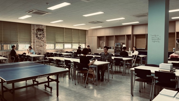 YToxNDp7czo4OiJGaWxlTmFtZSI7czo0MToiMmE0NDdlZmQtODMxYS00M2Q2LWEwMWYtN2RhNzEwNTczZGIyLmpwZWciO3M6MTI6IkZpbGVEYXRlVGltZSI7aToxNzUxNzgwNTU3O3M6ODoiRmlsZVNpemUiO2k6NDQ5MTU2O3M6ODoiRmlsZVR5cGUiO2k6MjtzOjg6Ik1pbWVUeXBlIjtzOjEwOiJpbWFnZS9qcGVnIjtzOjEzOiJTZWN0aW9uc0ZvdW5kIjtzOjE5OiJBTllfVEFHLCBJRkQwLCBFWElGIjtzOjg6IkNPTVBVVEVEIjthOjU6e3M6NDoiaHRtbCI7czoyNToid2lkdGg9IjE0NDAiIGhlaWdodD0iODEwIiI7czo2OiJIZWlnaHQiO2k6ODEwO3M6NToiV2lkdGgiO2k6MTQ0MDtzOjc6IklzQ29sb3IiO2k6MTtzOjE3OiJCeXRlT3JkZXJNb3Rvcm9sYSI7aToxO31zOjExOiJPcmllbnRhdGlvbiI7aToxO3M6MTE6IlhSZXNvbHV0aW9uIjtzOjQ6IjcyLzEiO3M6MTE6IllSZXNvbHV0aW9uIjtzOjQ6IjcyLzEiO3M6MTQ6IlJlc29sdXRpb25Vbml0IjtpOjI7czoxNjoiRXhpZl9JRkRfUG9pbnRlciI7aTo5MDtzOjE0OiJFeGlmSW1hZ2VXaWR0aCI7aToxNDQwO3M6MTU6IkV4aWZJbWFnZUxlbmd0aCI7aTo4MTA7fQ==