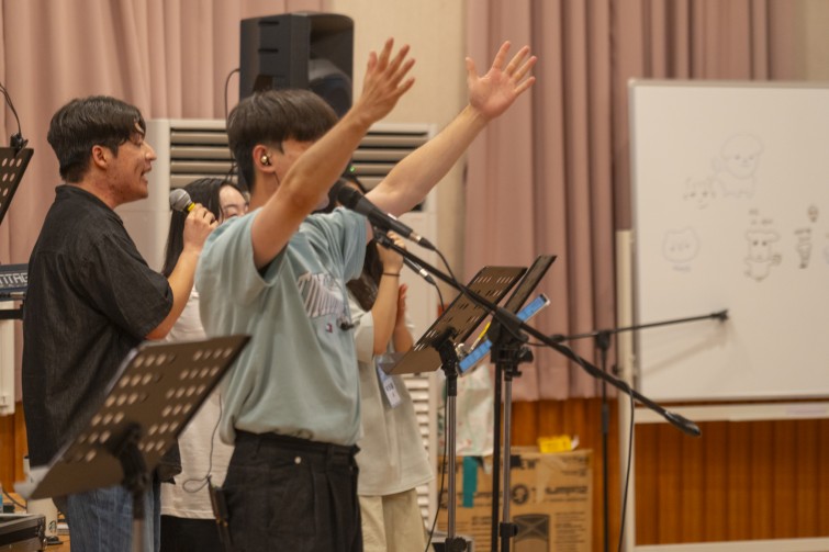 YTo1ODp7czo4OiJGaWxlTmFtZSI7czo0MDoiMmNiMDQ2ZDYtNDAzZC00NzNiLWFhOWItNDZlMDcyYmRhYTBmLmpwZyI7czoxMjoiRmlsZURhdGVUaW1lIjtpOjE3NTEzMzQwOTY7czo4OiJGaWxlU2l6ZSI7aToxMTQ2MTExO3M6ODoiRmlsZVR5cGUiO2k6MjtzOjg6Ik1pbWVUeXBlIjtzOjEwOiJpbWFnZS9qcGVnIjtzOjEzOiJTZWN0aW9uc0ZvdW5kIjtzOjMwOiJBTllfVEFHLCBJRkQwLCBUSFVNQk5BSUwsIEVYSUYiO3M6ODoiQ09NUFVURUQiO2E6OTp7czo0OiJodG1sIjtzOjI2OiJ3aWR0aD0iMTc1MiIgaGVpZ2h0PSIxMTY4IiI7czo2OiJIZWlnaHQiO2k6MTE2ODtzOjU6IldpZHRoIjtpOjE3NTI7czo3OiJJc0NvbG9yIjtpOjE7czoxNzoiQnl0ZU9yZGVyTW90b3JvbGEiO2k6MDtzOjE1OiJBcGVydHVyZUZOdW1iZXIiO3M6NToiZi80LjUiO3M6OToiQ29weXJpZ2h0IjtzOjQ6IllBQkMiO3M6MTg6IlRodW1ibmFpbC5GaWxlVHlwZSI7aToyO3M6MTg6IlRodW1ibmFpbC5NaW1lVHlwZSI7czoxMDoiaW1hZ2UvanBlZyI7fXM6NDoiTWFrZSI7czo0OiJTT05ZIjtzOjU6Ik1vZGVsIjtzOjg6IklMQ0UtN000IjtzOjExOiJYUmVzb2x1dGlvbiI7czo1OiIyNDAvMSI7czoxMToiWVJlc29sdXRpb24iO3M6NToiMjQwLzEiO3M6MTQ6IlJlc29sdXRpb25Vbml0IjtpOjI7czo4OiJTb2Z0d2FyZSI7czo1MDoiQWRvYmUgUGhvdG9zaG9wIExpZ2h0cm9vbSBDbGFzc2ljIDE0LjQgKE1hY2ludG9zaCkiO3M6ODoiRGF0ZVRpbWUiO3M6MTk6IjIwMjU6MDc6MDEgMTA6MzE6NTciO3M6NjoiQXJ0aXN0IjtzOjc6IllBQkNfU0ciO3M6OToiQ29weXJpZ2h0IjtzOjQ6IllBQkMiO3M6MTY6IkV4aWZfSUZEX1BvaW50ZXIiO2k6MjUyO3M6OToiVEhVTUJOQUlMIjthOjY6e3M6MTE6IkNvbXByZXNzaW9uIjtpOjY7czoxMToiWFJlc29sdXRpb24iO3M6NDoiNzIvMSI7czoxMToiWVJlc29sdXRpb24iO3M6NDoiNzIvMSI7czoxNDoiUmVzb2x1dGlvblVuaXQiO2k6MjtzOjIxOiJKUEVHSW50ZXJjaGFuZ2VGb3JtYXQiO2k6MTAzODtzOjI3OiJKUEVHSW50ZXJjaGFuZ2VGb3JtYXRMZW5ndGgiO2k6MTQ2ODU7fXM6MTI6IkV4cG9zdXJlVGltZSI7czo0OiIxLzYwIjtzOjc6IkZOdW1iZXIiO3M6NToiNDUvMTAiO3M6MTU6IkV4cG9zdXJlUHJvZ3JhbSI7aToxO3M6MTU6IklTT1NwZWVkUmF0aW5ncyI7aToyMDAwO3M6MTk6IlVuZGVmaW5lZFRhZzoweDg4MzAiO2k6MjtzOjE5OiJVbmRlZmluZWRUYWc6MHg4ODMyIjtpOjIwMDA7czoxMToiRXhpZlZlcnNpb24iO3M6NDoiMDIzMiI7czoxNjoiRGF0ZVRpbWVPcmlnaW5hbCI7czoxOToiMjAyNTowNjoyOSAxODoyOTowNiI7czoxNzoiRGF0ZVRpbWVEaWdpdGl6ZWQiO3M6MTk6IjIwMjU6MDY6MjkgMTg6Mjk6MDYiO3M6MTk6IlVuZGVmaW5lZFRhZzoweDkwMTAiO3M6NjoiKzA5OjAwIjtzOjE5OiJVbmRlZmluZWRUYWc6MHg5MDExIjtzOjY6IiswOTowMCI7czoxOToiVW5kZWZpbmVkVGFnOjB4OTAxMiI7czo2OiIrMDk6MDAiO3M6MTc6IlNodXR0ZXJTcGVlZFZhbHVlIjtzOjE1OiI1OTA2ODkxLzEwMDAwMDAiO3M6MTM6IkFwZXJ0dXJlVmFsdWUiO3M6MTM6IjQzMzk4NS8xMDAwMDAiO3M6MTU6IkJyaWdodG5lc3NWYWx1ZSI7czo5OiIyNDA0LzI1NjAiO3M6MTc6IkV4cG9zdXJlQmlhc1ZhbHVlIjtzOjQ6IjAvMTAiO3M6MTY6Ik1heEFwZXJ0dXJlVmFsdWUiO3M6ODoiMTAyNC8yNTYiO3M6MTI6Ik1ldGVyaW5nTW9kZSI7aTo1O3M6MTE6IkxpZ2h0U291cmNlIjtpOjA7czo1OiJGbGFzaCI7aToxNjtzOjExOiJGb2NhbExlbmd0aCI7czo3OiIxNjQwLzEwIjtzOjE4OiJTdWJTZWNUaW1lT3JpZ2luYWwiO3M6MzoiNTkxIjtzOjE5OiJTdWJTZWNUaW1lRGlnaXRpemVkIjtzOjM6IjU5MSI7czoxMDoiQ29sb3JTcGFjZSI7aTo2NTUzNTtzOjIxOiJGb2NhbFBsYW5lWFJlc29sdXRpb24iO3M6MTQ6IjY0NDQ5MzM5LzMyNzY4IjtzOjIxOiJGb2NhbFBsYW5lWVJlc29sdXRpb24iO3M6MTQ6IjY0NDQ5MzM5LzMyNzY4IjtzOjI0OiJGb2NhbFBsYW5lUmVzb2x1dGlvblVuaXQiO2k6MztzOjEwOiJGaWxlU291cmNlIjtzOjE6IgMiO3M6OToiU2NlbmVUeXBlIjtzOjE6IgEiO3M6MTQ6IkN1c3RvbVJlbmRlcmVkIjtpOjA7czoxMjoiRXhwb3N1cmVNb2RlIjtpOjE7czoxMjoiV2hpdGVCYWxhbmNlIjtpOjE7czoxNjoiRGlnaXRhbFpvb21SYXRpbyI7czo1OiIxNi8xNiI7czoyMToiRm9jYWxMZW5ndGhJbjM1bW1GaWxtIjtpOjE2NDtzOjE2OiJTY2VuZUNhcHR1cmVUeXBlIjtpOjA7czo4OiJDb250cmFzdCI7aTowO3M6MTA6IlNhdHVyYXRpb24iO2k6MDtzOjk6IlNoYXJwbmVzcyI7aTowO3M6MTk6IlVuZGVmaW5lZFRhZzoweEE0MzIiO2E6NDp7aTowO3M6NjoiNzAwLzEwIjtpOjE7czo3OiIyMDAwLzEwIjtpOjI7czo1OiI0MC8xMCI7aTozO3M6NToiNDAvMTAiO31zOjE5OiJVbmRlZmluZWRUYWc6MHhBNDM0IjtzOjIwOiJGRSA3MC0yMDBtbSBGNCBHIE9TUyI7fQ==