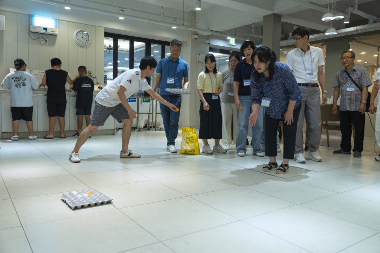 YTo1ODp7czo4OiJGaWxlTmFtZSI7czo0MDoiMmNjYzMwYWYtN2E3OC00ZTExLTgxMjctMWI4YzMyZTBkNmQ1LmpwZyI7czoxMjoiRmlsZURhdGVUaW1lIjtpOjE3NTY1NDkyMzc7czo4OiJGaWxlU2l6ZSI7aToxMTA1OTUyO3M6ODoiRmlsZVR5cGUiO2k6MjtzOjg6Ik1pbWVUeXBlIjtzOjEwOiJpbWFnZS9qcGVnIjtzOjEzOiJTZWN0aW9uc0ZvdW5kIjtzOjMwOiJBTllfVEFHLCBJRkQwLCBUSFVNQk5BSUwsIEVYSUYiO3M6ODoiQ09NUFVURUQiO2E6OTp7czo0OiJodG1sIjtzOjI2OiJ3aWR0aD0iMTczMyIgaGVpZ2h0PSIxMTU1IiI7czo2OiJIZWlnaHQiO2k6MTE1NTtzOjU6IldpZHRoIjtpOjE3MzM7czo3OiJJc0NvbG9yIjtpOjE7czoxNzoiQnl0ZU9yZGVyTW90b3JvbGEiO2k6MDtzOjE1OiJBcGVydHVyZUZOdW1iZXIiO3M6NToiZi8yLjgiO3M6OToiQ29weXJpZ2h0IjtzOjQ6IllBQkMiO3M6MTg6IlRodW1ibmFpbC5GaWxlVHlwZSI7aToyO3M6MTg6IlRodW1ibmFpbC5NaW1lVHlwZSI7czoxMDoiaW1hZ2UvanBlZyI7fXM6NDoiTWFrZSI7czo0OiJTT05ZIjtzOjU6Ik1vZGVsIjtzOjg6IklMQ0UtN000IjtzOjExOiJYUmVzb2x1dGlvbiI7czo1OiIyNDAvMSI7czoxMToiWVJlc29sdXRpb24iO3M6NToiMjQwLzEiO3M6MTQ6IlJlc29sdXRpb25Vbml0IjtpOjI7czo4OiJTb2Z0d2FyZSI7czo1MjoiQWRvYmUgUGhvdG9zaG9wIExpZ2h0cm9vbSBDbGFzc2ljIDE0LjUuMSAoTWFjaW50b3NoKSI7czo4OiJEYXRlVGltZSI7czoxOToiMjAyNTowODozMCAxOToxNjowNSI7czo2OiJBcnRpc3QiO3M6NzoiWUFCQ19TRyI7czo5OiJDb3B5cmlnaHQiO3M6NDoiWUFCQyI7czoxNjoiRXhpZl9JRkRfUG9pbnRlciI7aToyNTQ7czo5OiJUSFVNQk5BSUwiO2E6Njp7czoxMToiQ29tcHJlc3Npb24iO2k6NjtzOjExOiJYUmVzb2x1dGlvbiI7czo0OiI3Mi8xIjtzOjExOiJZUmVzb2x1dGlvbiI7czo0OiI3Mi8xIjtzOjE0OiJSZXNvbHV0aW9uVW5pdCI7aToyO3M6MjE6IkpQRUdJbnRlcmNoYW5nZUZvcm1hdCI7aToxMDQwO3M6Mjc6IkpQRUdJbnRlcmNoYW5nZUZvcm1hdExlbmd0aCI7aToxMzkyMTt9czoxMjoiRXhwb3N1cmVUaW1lIjtzOjQ6IjEvNjAiO3M6NzoiRk51bWJlciI7czo1OiIyOC8xMCI7czoxNToiRXhwb3N1cmVQcm9ncmFtIjtpOjE7czoxNToiSVNPU3BlZWRSYXRpbmdzIjtpOjEyNTtzOjE5OiJVbmRlZmluZWRUYWc6MHg4ODMwIjtpOjI7czoxOToiVW5kZWZpbmVkVGFnOjB4ODgzMiI7aToxMjU7czoxMToiRXhpZlZlcnNpb24iO3M6NDoiMDIzMiI7czoxNjoiRGF0ZVRpbWVPcmlnaW5hbCI7czoxOToiMjAyNTowODozMCAxNTo1NTowNyI7czoxNzoiRGF0ZVRpbWVEaWdpdGl6ZWQiO3M6MTk6IjIwMjU6MDg6MzAgMTU6NTU6MDciO3M6MTk6IlVuZGVmaW5lZFRhZzoweDkwMTAiO3M6NjoiKzA5OjAwIjtzOjE5OiJVbmRlZmluZWRUYWc6MHg5MDExIjtzOjY6IiswOTowMCI7czoxOToiVW5kZWZpbmVkVGFnOjB4OTAxMiI7czo2OiIrMDk6MDAiO3M6MTc6IlNodXR0ZXJTcGVlZFZhbHVlIjtzOjE1OiI1OTA2ODkxLzEwMDAwMDAiO3M6MTM6IkFwZXJ0dXJlVmFsdWUiO3M6MTU6IjI5NzA4NTQvMTAwMDAwMCI7czoxNToiQnJpZ2h0bmVzc1ZhbHVlIjtzOjk6IjgyMjQvMjU2MCI7czoxNzoiRXhwb3N1cmVCaWFzVmFsdWUiO3M6NDoiMC8xMCI7czoxNjoiTWF4QXBlcnR1cmVWYWx1ZSI7czo3OiI3NjAvMjU2IjtzOjEyOiJNZXRlcmluZ01vZGUiO2k6NTtzOjExOiJMaWdodFNvdXJjZSI7aTowO3M6NToiRmxhc2giO2k6MTM7czoxMToiRm9jYWxMZW5ndGgiO3M6NjoiMzAwLzEwIjtzOjE4OiJTdWJTZWNUaW1lT3JpZ2luYWwiO3M6MzoiOTEwIjtzOjE5OiJTdWJTZWNUaW1lRGlnaXRpemVkIjtzOjM6IjkxMCI7czoxMDoiQ29sb3JTcGFjZSI7aTo2NTUzNTtzOjIxOiJGb2NhbFBsYW5lWFJlc29sdXRpb24iO3M6MTQ6IjY0NDQ5MzM5LzMyNzY4IjtzOjIxOiJGb2NhbFBsYW5lWVJlc29sdXRpb24iO3M6MTQ6IjY0NDQ5MzM5LzMyNzY4IjtzOjI0OiJGb2NhbFBsYW5lUmVzb2x1dGlvblVuaXQiO2k6MztzOjEwOiJGaWxlU291cmNlIjtzOjE6IgMiO3M6OToiU2NlbmVUeXBlIjtzOjE6IgEiO3M6MTQ6IkN1c3RvbVJlbmRlcmVkIjtpOjA7czoxMjoiRXhwb3N1cmVNb2RlIjtpOjE7czoxMjoiV2hpdGVCYWxhbmNlIjtpOjE7czoxNjoiRGlnaXRhbFpvb21SYXRpbyI7czo1OiIxNi8xNiI7czoyMToiRm9jYWxMZW5ndGhJbjM1bW1GaWxtIjtpOjMwO3M6MTY6IlNjZW5lQ2FwdHVyZVR5cGUiO2k6MDtzOjg6IkNvbnRyYXN0IjtpOjA7czoxMDoiU2F0dXJhdGlvbiI7aTowO3M6OToiU2hhcnBuZXNzIjtpOjA7czoxOToiVW5kZWZpbmVkVGFnOjB4QTQzMiI7YTo0OntpOjA7czo2OiIyNDAvMTAiO2k6MTtzOjY6IjcwMC8xMCI7aToyO3M6NToiMjgvMTAiO2k6MztzOjU6IjI4LzEwIjt9czoxOToiVW5kZWZpbmVkVGFnOjB4QTQzNCI7czoyMToiRkUgMjQtNzBtbSBGMi44IEdNIElJIjt9