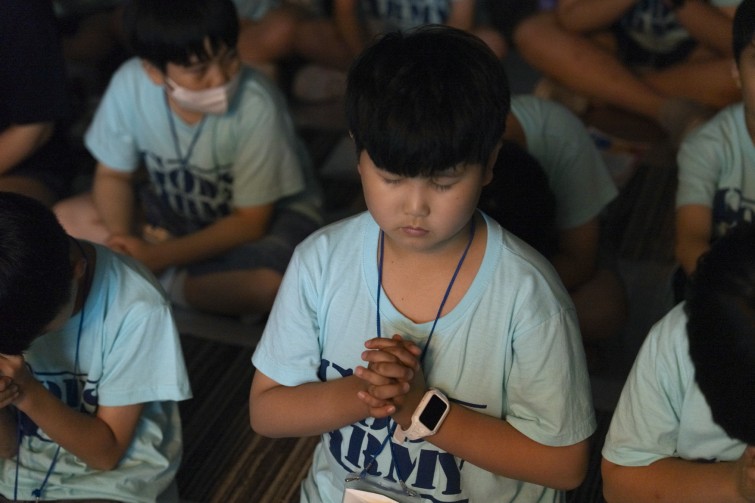 YTo1ODp7czo4OiJGaWxlTmFtZSI7czo0MDoiMmY4ZGFlOWMtOGFmOC00NTI5LWE2MTAtZWQzNWQ3MDI2ZDEzLmpwZyI7czoxMjoiRmlsZURhdGVUaW1lIjtpOjE3NTM3NjYyMDE7czo4OiJGaWxlU2l6ZSI7aToxMzE3NzU4O3M6ODoiRmlsZVR5cGUiO2k6MjtzOjg6Ik1pbWVUeXBlIjtzOjEwOiJpbWFnZS9qcGVnIjtzOjEzOiJTZWN0aW9uc0ZvdW5kIjtzOjMwOiJBTllfVEFHLCBJRkQwLCBUSFVNQk5BSUwsIEVYSUYiO3M6ODoiQ09NUFVURUQiO2E6OTp7czo0OiJodG1sIjtzOjI2OiJ3aWR0aD0iMTc1MiIgaGVpZ2h0PSIxMTY4IiI7czo2OiJIZWlnaHQiO2k6MTE2ODtzOjU6IldpZHRoIjtpOjE3NTI7czo3OiJJc0NvbG9yIjtpOjE7czoxNzoiQnl0ZU9yZGVyTW90b3JvbGEiO2k6MDtzOjE1OiJBcGVydHVyZUZOdW1iZXIiO3M6NToiZi8yLjgiO3M6OToiQ29weXJpZ2h0IjtzOjQ6IllBQkMiO3M6MTg6IlRodW1ibmFpbC5GaWxlVHlwZSI7aToyO3M6MTg6IlRodW1ibmFpbC5NaW1lVHlwZSI7czoxMDoiaW1hZ2UvanBlZyI7fXM6NDoiTWFrZSI7czo0OiJTT05ZIjtzOjU6Ik1vZGVsIjtzOjg6IklMQ0UtN000IjtzOjExOiJYUmVzb2x1dGlvbiI7czo1OiIyNDAvMSI7czoxMToiWVJlc29sdXRpb24iO3M6NToiMjQwLzEiO3M6MTQ6IlJlc29sdXRpb25Vbml0IjtpOjI7czo4OiJTb2Z0d2FyZSI7czo1MDoiQWRvYmUgUGhvdG9zaG9wIExpZ2h0cm9vbSBDbGFzc2ljIDE0LjQgKE1hY2ludG9zaCkiO3M6ODoiRGF0ZVRpbWUiO3M6MTk6IjIwMjU6MDc6MjkgMTQ6MTE6NDciO3M6NjoiQXJ0aXN0IjtzOjc6IllBQkNfU0ciO3M6OToiQ29weXJpZ2h0IjtzOjQ6IllBQkMiO3M6MTY6IkV4aWZfSUZEX1BvaW50ZXIiO2k6MjUyO3M6OToiVEhVTUJOQUlMIjthOjY6e3M6MTE6IkNvbXByZXNzaW9uIjtpOjY7czoxMToiWFJlc29sdXRpb24iO3M6NDoiNzIvMSI7czoxMToiWVJlc29sdXRpb24iO3M6NDoiNzIvMSI7czoxNDoiUmVzb2x1dGlvblVuaXQiO2k6MjtzOjIxOiJKUEVHSW50ZXJjaGFuZ2VGb3JtYXQiO2k6MTAzODtzOjI3OiJKUEVHSW50ZXJjaGFuZ2VGb3JtYXRMZW5ndGgiO2k6MTM1MjA7fXM6MTI6IkV4cG9zdXJlVGltZSI7czo0OiIxLzYwIjtzOjc6IkZOdW1iZXIiO3M6NToiMjgvMTAiO3M6MTU6IkV4cG9zdXJlUHJvZ3JhbSI7aToxO3M6MTU6IklTT1NwZWVkUmF0aW5ncyI7aToxMDAwO3M6MTk6IlVuZGVmaW5lZFRhZzoweDg4MzAiO2k6MjtzOjE5OiJVbmRlZmluZWRUYWc6MHg4ODMyIjtpOjEwMDA7czoxMToiRXhpZlZlcnNpb24iO3M6NDoiMDIzMiI7czoxNjoiRGF0ZVRpbWVPcmlnaW5hbCI7czoxOToiMjAyNTowNzoyNiAxOTo0MjoyOCI7czoxNzoiRGF0ZVRpbWVEaWdpdGl6ZWQiO3M6MTk6IjIwMjU6MDc6MjYgMTk6NDI6MjgiO3M6MTk6IlVuZGVmaW5lZFRhZzoweDkwMTAiO3M6NjoiKzA5OjAwIjtzOjE5OiJVbmRlZmluZWRUYWc6MHg5MDExIjtzOjY6IiswOTowMCI7czoxOToiVW5kZWZpbmVkVGFnOjB4OTAxMiI7czo2OiIrMDk6MDAiO3M6MTc6IlNodXR0ZXJTcGVlZFZhbHVlIjtzOjE1OiI1OTA2ODkxLzEwMDAwMDAiO3M6MTM6IkFwZXJ0dXJlVmFsdWUiO3M6MTU6IjI5NzA4NTQvMTAwMDAwMCI7czoxNToiQnJpZ2h0bmVzc1ZhbHVlIjtzOjEwOiItOTg1Ni8yNTYwIjtzOjE3OiJFeHBvc3VyZUJpYXNWYWx1ZSI7czo0OiIwLzEwIjtzOjE2OiJNYXhBcGVydHVyZVZhbHVlIjtzOjc6Ijc2MC8yNTYiO3M6MTI6Ik1ldGVyaW5nTW9kZSI7aTo1O3M6MTE6IkxpZ2h0U291cmNlIjtpOjA7czo1OiJGbGFzaCI7aToxNjtzOjExOiJGb2NhbExlbmd0aCI7czo2OiI3MDAvMTAiO3M6MTg6IlN1YlNlY1RpbWVPcmlnaW5hbCI7czozOiI0NjUiO3M6MTk6IlN1YlNlY1RpbWVEaWdpdGl6ZWQiO3M6MzoiNDY1IjtzOjEwOiJDb2xvclNwYWNlIjtpOjY1NTM1O3M6MjE6IkZvY2FsUGxhbmVYUmVzb2x1dGlvbiI7czoxNDoiNjQ0NDkzMzkvMzI3NjgiO3M6MjE6IkZvY2FsUGxhbmVZUmVzb2x1dGlvbiI7czoxNDoiNjQ0NDkzMzkvMzI3NjgiO3M6MjQ6IkZvY2FsUGxhbmVSZXNvbHV0aW9uVW5pdCI7aTozO3M6MTA6IkZpbGVTb3VyY2UiO3M6MToiAyI7czo5OiJTY2VuZVR5cGUiO3M6MToiASI7czoxNDoiQ3VzdG9tUmVuZGVyZWQiO2k6MDtzOjEyOiJFeHBvc3VyZU1vZGUiO2k6MTtzOjEyOiJXaGl0ZUJhbGFuY2UiO2k6MTtzOjE2OiJEaWdpdGFsWm9vbVJhdGlvIjtzOjU6IjE2LzE2IjtzOjIxOiJGb2NhbExlbmd0aEluMzVtbUZpbG0iO2k6NzA7czoxNjoiU2NlbmVDYXB0dXJlVHlwZSI7aTowO3M6ODoiQ29udHJhc3QiO2k6MDtzOjEwOiJTYXR1cmF0aW9uIjtpOjA7czo5OiJTaGFycG5lc3MiO2k6MDtzOjE5OiJVbmRlZmluZWRUYWc6MHhBNDMyIjthOjQ6e2k6MDtzOjY6IjI0MC8xMCI7aToxO3M6NjoiNzAwLzEwIjtpOjI7czo1OiIyOC8xMCI7aTozO3M6NToiMjgvMTAiO31zOjE5OiJVbmRlZmluZWRUYWc6MHhBNDM0IjtzOjIxOiJGRSAyNC03MG1tIEYyLjggR00gSUkiO30=