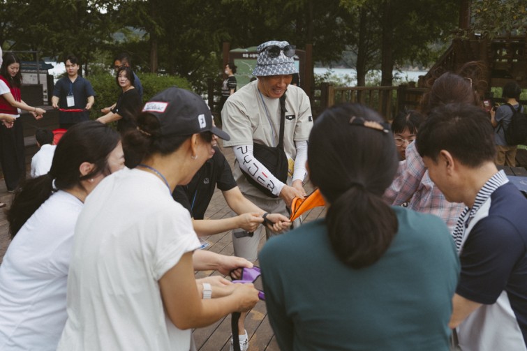 YTo1ODp7czo4OiJGaWxlTmFtZSI7czo0MDoiMzFkNzkwNDItODlhNC00YmU4LWI0OWItZDUzYmU5NDRjMzdmLmpwZyI7czoxMjoiRmlsZURhdGVUaW1lIjtpOjE3NTcyMjM3MDk7czo4OiJGaWxlU2l6ZSI7aTo2MzMzMDk7czo4OiJGaWxlVHlwZSI7aToyO3M6ODoiTWltZVR5cGUiO3M6MTA6ImltYWdlL2pwZWciO3M6MTM6IlNlY3Rpb25zRm91bmQiO3M6MzA6IkFOWV9UQUcsIElGRDAsIFRIVU1CTkFJTCwgRVhJRiI7czo4OiJDT01QVVRFRCI7YTo5OntzOjQ6Imh0bWwiO3M6MjU6IndpZHRoPSIxMTUyIiBoZWlnaHQ9Ijc2OCIiO3M6NjoiSGVpZ2h0IjtpOjc2ODtzOjU6IldpZHRoIjtpOjExNTI7czo3OiJJc0NvbG9yIjtpOjE7czoxNzoiQnl0ZU9yZGVyTW90b3JvbGEiO2k6MDtzOjE1OiJBcGVydHVyZUZOdW1iZXIiO3M6NToiZi8yLjgiO3M6OToiQ29weXJpZ2h0IjtzOjQ6IllBQkMiO3M6MTg6IlRodW1ibmFpbC5GaWxlVHlwZSI7aToyO3M6MTg6IlRodW1ibmFpbC5NaW1lVHlwZSI7czoxMDoiaW1hZ2UvanBlZyI7fXM6NDoiTWFrZSI7czo0OiJTT05ZIjtzOjU6Ik1vZGVsIjtzOjg6IklMQ0UtN000IjtzOjExOiJYUmVzb2x1dGlvbiI7czo1OiIyNDAvMSI7czoxMToiWVJlc29sdXRpb24iO3M6NToiMjQwLzEiO3M6MTQ6IlJlc29sdXRpb25Vbml0IjtpOjI7czo4OiJTb2Z0d2FyZSI7czo1MjoiQWRvYmUgUGhvdG9zaG9wIExpZ2h0cm9vbSBDbGFzc2ljIDE0LjUuMSAoTWFjaW50b3NoKSI7czo4OiJEYXRlVGltZSI7czoxOToiMjAyNTowOTowNyAxNDo0MDowMCI7czo2OiJBcnRpc3QiO3M6NzoiWUFCQ19TRyI7czo5OiJDb3B5cmlnaHQiO3M6NDoiWUFCQyI7czoxNjoiRXhpZl9JRkRfUG9pbnRlciI7aToyNTQ7czo5OiJUSFVNQk5BSUwiO2E6Njp7czoxMToiQ29tcHJlc3Npb24iO2k6NjtzOjExOiJYUmVzb2x1dGlvbiI7czo0OiI3Mi8xIjtzOjExOiJZUmVzb2x1dGlvbiI7czo0OiI3Mi8xIjtzOjE0OiJSZXNvbHV0aW9uVW5pdCI7aToyO3M6MjE6IkpQRUdJbnRlcmNoYW5nZUZvcm1hdCI7aToxMDQwO3M6Mjc6IkpQRUdJbnRlcmNoYW5nZUZvcm1hdExlbmd0aCI7aToxNTA2NTt9czoxMjoiRXhwb3N1cmVUaW1lIjtzOjU6IjEvMjUwIjtzOjc6IkZOdW1iZXIiO3M6NToiMjgvMTAiO3M6MTU6IkV4cG9zdXJlUHJvZ3JhbSI7aToxO3M6MTU6IklTT1NwZWVkUmF0aW5ncyI7aTo1MDtzOjE5OiJVbmRlZmluZWRUYWc6MHg4ODMwIjtpOjI7czoxOToiVW5kZWZpbmVkVGFnOjB4ODgzMiI7aTo1MDtzOjExOiJFeGlmVmVyc2lvbiI7czo0OiIwMjMyIjtzOjE2OiJEYXRlVGltZU9yaWdpbmFsIjtzOjE5OiIyMDI1OjA5OjA2IDE2OjA5OjU1IjtzOjE3OiJEYXRlVGltZURpZ2l0aXplZCI7czoxOToiMjAyNTowOTowNiAxNjowOTo1NSI7czoxOToiVW5kZWZpbmVkVGFnOjB4OTAxMCI7czo2OiIrMDk6MDAiO3M6MTk6IlVuZGVmaW5lZFRhZzoweDkwMTEiO3M6NjoiKzA5OjAwIjtzOjE5OiJVbmRlZmluZWRUYWc6MHg5MDEyIjtzOjY6IiswOTowMCI7czoxNzoiU2h1dHRlclNwZWVkVmFsdWUiO3M6MTU6Ijc5NjU3ODQvMTAwMDAwMCI7czoxMzoiQXBlcnR1cmVWYWx1ZSI7czoxNToiMjk3MDg1NC8xMDAwMDAwIjtzOjE1OiJCcmlnaHRuZXNzVmFsdWUiO3M6MTA6IjE0Mjg0LzI1NjAiO3M6MTc6IkV4cG9zdXJlQmlhc1ZhbHVlIjtzOjQ6IjAvMTAiO3M6MTY6Ik1heEFwZXJ0dXJlVmFsdWUiO3M6NzoiNzYwLzI1NiI7czoxMjoiTWV0ZXJpbmdNb2RlIjtpOjU7czoxMToiTGlnaHRTb3VyY2UiO2k6MDtzOjU6IkZsYXNoIjtpOjEzO3M6MTE6IkZvY2FsTGVuZ3RoIjtzOjY6IjI0MC8xMCI7czoxODoiU3ViU2VjVGltZU9yaWdpbmFsIjtzOjM6IjU5NyI7czoxOToiU3ViU2VjVGltZURpZ2l0aXplZCI7czozOiI1OTciO3M6MTA6IkNvbG9yU3BhY2UiO2k6NjU1MzU7czoyMToiRm9jYWxQbGFuZVhSZXNvbHV0aW9uIjtzOjE0OiI2NDQ0OTMzOS8zMjc2OCI7czoyMToiRm9jYWxQbGFuZVlSZXNvbHV0aW9uIjtzOjE0OiI2NDQ0OTMzOS8zMjc2OCI7czoyNDoiRm9jYWxQbGFuZVJlc29sdXRpb25Vbml0IjtpOjM7czoxMDoiRmlsZVNvdXJjZSI7czoxOiIDIjtzOjk6IlNjZW5lVHlwZSI7czoxOiIBIjtzOjE0OiJDdXN0b21SZW5kZXJlZCI7aTowO3M6MTI6IkV4cG9zdXJlTW9kZSI7aToxO3M6MTI6IldoaXRlQmFsYW5jZSI7aToxO3M6MTY6IkRpZ2l0YWxab29tUmF0aW8iO3M6NToiMTYvMTYiO3M6MjE6IkZvY2FsTGVuZ3RoSW4zNW1tRmlsbSI7aTozNjtzOjE2OiJTY2VuZUNhcHR1cmVUeXBlIjtpOjA7czo4OiJDb250cmFzdCI7aTowO3M6MTA6IlNhdHVyYXRpb24iO2k6MDtzOjk6IlNoYXJwbmVzcyI7aTowO3M6MTk6IlVuZGVmaW5lZFRhZzoweEE0MzIiO2E6NDp7aTowO3M6NjoiMjQwLzEwIjtpOjE7czo2OiI3MDAvMTAiO2k6MjtzOjU6IjI4LzEwIjtpOjM7czo1OiIyOC8xMCI7fXM6MTk6IlVuZGVmaW5lZFRhZzoweEE0MzQiO3M6MjE6IkZFIDI0LTcwbW0gRjIuOCBHTSBJSSI7fQ==