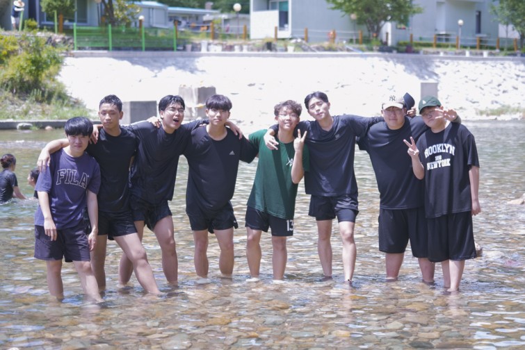 YTo1Mzp7czo4OiJGaWxlTmFtZSI7czo0MDoiMzFkZThlZWUtNDhmOC00MzIwLWFiNDItZmYxMGRjZGMxMWU3LmpwZyI7czoxMjoiRmlsZURhdGVUaW1lIjtpOjE3NTM3NjYwODM7czo4OiJGaWxlU2l6ZSI7aTo2NTA5ODQ7czo4OiJGaWxlVHlwZSI7aToyO3M6ODoiTWltZVR5cGUiO3M6MTA6ImltYWdlL2pwZWciO3M6MTM6IlNlY3Rpb25zRm91bmQiO3M6MzA6IkFOWV9UQUcsIElGRDAsIFRIVU1CTkFJTCwgRVhJRiI7czo4OiJDT01QVVRFRCI7YTo4OntzOjQ6Imh0bWwiO3M6MjU6IndpZHRoPSIxMDYwIiBoZWlnaHQ9IjcwNyIiO3M6NjoiSGVpZ2h0IjtpOjcwNztzOjU6IldpZHRoIjtpOjEwNjA7czo3OiJJc0NvbG9yIjtpOjE7czoxNzoiQnl0ZU9yZGVyTW90b3JvbGEiO2k6MDtzOjE1OiJBcGVydHVyZUZOdW1iZXIiO3M6NToiZi80LjAiO3M6MTg6IlRodW1ibmFpbC5GaWxlVHlwZSI7aToyO3M6MTg6IlRodW1ibmFpbC5NaW1lVHlwZSI7czoxMDoiaW1hZ2UvanBlZyI7fXM6NDoiTWFrZSI7czo0OiJTT05ZIjtzOjU6Ik1vZGVsIjtzOjg6IklMTUUtRlgzIjtzOjExOiJYUmVzb2x1dGlvbiI7czo1OiIyNDAvMSI7czoxMToiWVJlc29sdXRpb24iO3M6NToiMjQwLzEiO3M6MTQ6IlJlc29sdXRpb25Vbml0IjtpOjI7czo4OiJTb2Z0d2FyZSI7czo1MDoiQWRvYmUgUGhvdG9zaG9wIExpZ2h0cm9vbSBDbGFzc2ljIDE0LjQgKE1hY2ludG9zaCkiO3M6ODoiRGF0ZVRpbWUiO3M6MTk6IjIwMjU6MDc6MjkgMTQ6MTQ6MTkiO3M6MTY6IkV4aWZfSUZEX1BvaW50ZXIiO2k6MjE0O3M6OToiVEhVTUJOQUlMIjthOjY6e3M6MTE6IkNvbXByZXNzaW9uIjtpOjY7czoxMToiWFJlc29sdXRpb24iO3M6NDoiNzIvMSI7czoxMToiWVJlc29sdXRpb24iO3M6NDoiNzIvMSI7czoxNDoiUmVzb2x1dGlvblVuaXQiO2k6MjtzOjIxOiJKUEVHSW50ZXJjaGFuZ2VGb3JtYXQiO2k6OTQ4O3M6Mjc6IkpQRUdJbnRlcmNoYW5nZUZvcm1hdExlbmd0aCI7aToxODYxNDt9czoxMjoiRXhwb3N1cmVUaW1lIjtzOjU6IjEvMTI1IjtzOjc6IkZOdW1iZXIiO3M6MzoiNC8xIjtzOjE1OiJFeHBvc3VyZVByb2dyYW0iO2k6MTtzOjE1OiJJU09TcGVlZFJhdGluZ3MiO2k6MTAwO3M6MTk6IlVuZGVmaW5lZFRhZzoweDg4MzAiO2k6MjtzOjE5OiJVbmRlZmluZWRUYWc6MHg4ODMyIjtpOjEwMDtzOjExOiJFeGlmVmVyc2lvbiI7czo0OiIwMjMyIjtzOjE2OiJEYXRlVGltZU9yaWdpbmFsIjtzOjE5OiIyMDI1OjA3OjI2IDEyOjUzOjE4IjtzOjE3OiJEYXRlVGltZURpZ2l0aXplZCI7czoxOToiMjAyNTowNzoyNiAxMjo1MzoxOCI7czoxOToiVW5kZWZpbmVkVGFnOjB4OTAxMCI7czo2OiIrMDk6MDAiO3M6MTk6IlVuZGVmaW5lZFRhZzoweDkwMTEiO3M6NjoiKzA5OjAwIjtzOjE5OiJVbmRlZmluZWRUYWc6MHg5MDEyIjtzOjY6IiswOTowMCI7czoxNzoiU2h1dHRlclNwZWVkVmFsdWUiO3M6MTU6IjY5NjU3ODQvMTAwMDAwMCI7czoxMzoiQXBlcnR1cmVWYWx1ZSI7czozOiI0LzEiO3M6MTU6IkJyaWdodG5lc3NWYWx1ZSI7czoxMDoiMjE4NzQvMjU2MCI7czoxNzoiRXhwb3N1cmVCaWFzVmFsdWUiO3M6NDoiMC8xMCI7czoxNjoiTWF4QXBlcnR1cmVWYWx1ZSI7czo4OiIxMDI0LzI1NiI7czoxMjoiTWV0ZXJpbmdNb2RlIjtpOjU7czoxMToiTGlnaHRTb3VyY2UiO2k6MDtzOjU6IkZsYXNoIjtpOjE2O3M6MTE6IkZvY2FsTGVuZ3RoIjtzOjY6Ijc3MC8xMCI7czoxODoiU3ViU2VjVGltZU9yaWdpbmFsIjtzOjM6IjAwNiI7czoxOToiU3ViU2VjVGltZURpZ2l0aXplZCI7czozOiIwMDYiO3M6MTA6IkNvbG9yU3BhY2UiO2k6NjU1MzU7czoxMDoiRmlsZVNvdXJjZSI7czoxOiIDIjtzOjk6IlNjZW5lVHlwZSI7czoxOiIBIjtzOjE0OiJDdXN0b21SZW5kZXJlZCI7aTowO3M6MTI6IkV4cG9zdXJlTW9kZSI7aToxO3M6MTI6IldoaXRlQmFsYW5jZSI7aToxO3M6MTY6IkRpZ2l0YWxab29tUmF0aW8iO3M6NToiMTYvMTYiO3M6MjE6IkZvY2FsTGVuZ3RoSW4zNW1tRmlsbSI7aTo3NztzOjE2OiJTY2VuZUNhcHR1cmVUeXBlIjtpOjA7czo4OiJDb250cmFzdCI7aTowO3M6MTA6IlNhdHVyYXRpb24iO2k6MDtzOjk6IlNoYXJwbmVzcyI7aTowO3M6MTk6IlVuZGVmaW5lZFRhZzoweEE0MzIiO2E6NDp7aTowO3M6NjoiNzAwLzEwIjtpOjE7czo3OiIyMDAwLzEwIjtpOjI7czo1OiI0MC8xMCI7aTozO3M6NToiNDAvMTAiO31zOjE5OiJVbmRlZmluZWRUYWc6MHhBNDM0IjtzOjIwOiJGRSA3MC0yMDBtbSBGNCBHIE9TUyI7fQ==