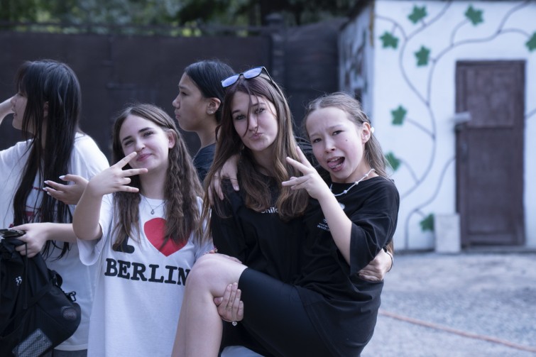 YTo1NDp7czo4OiJGaWxlTmFtZSI7czo0MDoiMzI3ODllYjctYTA0OS00ZmE2LWI5OTMtOWViMzdjZjliZWM0LmpwZyI7czoxMjoiRmlsZURhdGVUaW1lIjtpOjE3NTUzMjg4NzI7czo4OiJGaWxlU2l6ZSI7aTo4NTk2MTY7czo4OiJGaWxlVHlwZSI7aToyO3M6ODoiTWltZVR5cGUiO3M6MTA6ImltYWdlL2pwZWciO3M6MTM6IlNlY3Rpb25zRm91bmQiO3M6MzA6IkFOWV9UQUcsIElGRDAsIFRIVU1CTkFJTCwgRVhJRiI7czo4OiJDT01QVVRFRCI7YTo4OntzOjQ6Imh0bWwiO3M6MjY6IndpZHRoPSIxNTAwIiBoZWlnaHQ9IjEwMDAiIjtzOjY6IkhlaWdodCI7aToxMDAwO3M6NToiV2lkdGgiO2k6MTUwMDtzOjc6IklzQ29sb3IiO2k6MTtzOjE3OiJCeXRlT3JkZXJNb3Rvcm9sYSI7aTowO3M6MTU6IkFwZXJ0dXJlRk51bWJlciI7czo1OiJmLzQuMCI7czoxODoiVGh1bWJuYWlsLkZpbGVUeXBlIjtpOjI7czoxODoiVGh1bWJuYWlsLk1pbWVUeXBlIjtzOjEwOiJpbWFnZS9qcGVnIjt9czo0OiJNYWtlIjtzOjQ6IlNPTlkiO3M6NToiTW9kZWwiO3M6OToiSUxDRS02NTAwIjtzOjExOiJYUmVzb2x1dGlvbiI7czo1OiIyNDAvMSI7czoxMToiWVJlc29sdXRpb24iO3M6NToiMjQwLzEiO3M6MTQ6IlJlc29sdXRpb25Vbml0IjtpOjI7czo4OiJTb2Z0d2FyZSI7czo1MDoiQWRvYmUgUGhvdG9zaG9wIExpZ2h0cm9vbSBDbGFzc2ljIDE0LjQgKE1hY2ludG9zaCkiO3M6ODoiRGF0ZVRpbWUiO3M6MTk6IjIwMjU6MDg6MTMgMTU6MjM6NTEiO3M6MTY6IkV4aWZfSUZEX1BvaW50ZXIiO2k6MjE0O3M6OToiVEhVTUJOQUlMIjthOjY6e3M6MTE6IkNvbXByZXNzaW9uIjtpOjY7czoxMToiWFJlc29sdXRpb24iO3M6NDoiNzIvMSI7czoxMToiWVJlc29sdXRpb24iO3M6NDoiNzIvMSI7czoxNDoiUmVzb2x1dGlvblVuaXQiO2k6MjtzOjIxOiJKUEVHSW50ZXJjaGFuZ2VGb3JtYXQiO2k6OTc2O3M6Mjc6IkpQRUdJbnRlcmNoYW5nZUZvcm1hdExlbmd0aCI7aToxNDc5Mjt9czoxMjoiRXhwb3N1cmVUaW1lIjtzOjY6IjEvMTYwMCI7czo3OiJGTnVtYmVyIjtzOjM6IjQvMSI7czoxNToiRXhwb3N1cmVQcm9ncmFtIjtpOjE7czoxNToiSVNPU3BlZWRSYXRpbmdzIjtpOjgwMDtzOjE5OiJVbmRlZmluZWRUYWc6MHg4ODMwIjtpOjI7czoxOToiVW5kZWZpbmVkVGFnOjB4ODgzMiI7aTo4MDA7czoxMToiRXhpZlZlcnNpb24iO3M6NDoiMDIzMSI7czoxNjoiRGF0ZVRpbWVPcmlnaW5hbCI7czoxOToiMjAyNTowODowMyAxODowMjoxMSI7czoxNzoiRGF0ZVRpbWVEaWdpdGl6ZWQiO3M6MTk6IjIwMjU6MDg6MDMgMTg6MDI6MTEiO3M6MTk6IlVuZGVmaW5lZFRhZzoweDkwMTAiO3M6NjoiKzA5OjAwIjtzOjE5OiJVbmRlZmluZWRUYWc6MHg5MDExIjtzOjY6IisxMDowMCI7czoxOToiVW5kZWZpbmVkVGFnOjB4OTAxMiI7czo2OiIrMTA6MDAiO3M6MTc6IlNodXR0ZXJTcGVlZFZhbHVlIjtzOjE2OiIxMDY0Mzg1Ni8xMDAwMDAwIjtzOjEzOiJBcGVydHVyZVZhbHVlIjtzOjM6IjQvMSI7czoxNToiQnJpZ2h0bmVzc1ZhbHVlIjtzOjEwOiIxNzEwNC8yNTYwIjtzOjE3OiJFeHBvc3VyZUJpYXNWYWx1ZSI7czo0OiIwLzEwIjtzOjE2OiJNYXhBcGVydHVyZVZhbHVlIjtzOjg6IjEwMjQvMjU2IjtzOjEyOiJNZXRlcmluZ01vZGUiO2k6NTtzOjExOiJMaWdodFNvdXJjZSI7aTowO3M6NToiRmxhc2giO2k6MTY7czoxMToiRm9jYWxMZW5ndGgiO3M6NjoiOTAwLzEwIjtzOjEwOiJDb2xvclNwYWNlIjtpOjY1NTM1O3M6MjE6IkZvY2FsUGxhbmVYUmVzb2x1dGlvbiI7czoxNDoiODM2NjI5NzkvMzI3NjgiO3M6MjE6IkZvY2FsUGxhbmVZUmVzb2x1dGlvbiI7czoxNDoiODM2NjI5NzkvMzI3NjgiO3M6MjQ6IkZvY2FsUGxhbmVSZXNvbHV0aW9uVW5pdCI7aTozO3M6MTA6IkZpbGVTb3VyY2UiO3M6MToiAyI7czo5OiJTY2VuZVR5cGUiO3M6MToiASI7czoxNDoiQ3VzdG9tUmVuZGVyZWQiO2k6MDtzOjEyOiJFeHBvc3VyZU1vZGUiO2k6MTtzOjEyOiJXaGl0ZUJhbGFuY2UiO2k6MDtzOjE2OiJEaWdpdGFsWm9vbVJhdGlvIjtzOjU6IjE2LzE2IjtzOjIxOiJGb2NhbExlbmd0aEluMzVtbUZpbG0iO2k6MTM1O3M6MTY6IlNjZW5lQ2FwdHVyZVR5cGUiO2k6MDtzOjg6IkNvbnRyYXN0IjtpOjA7czoxMDoiU2F0dXJhdGlvbiI7aTowO3M6OToiU2hhcnBuZXNzIjtpOjA7czoxOToiVW5kZWZpbmVkVGFnOjB4QTQzMiI7YTo0OntpOjA7czo2OiIyNDAvMTAiO2k6MTtzOjc6IjEwNTAvMTAiO2k6MjtzOjU6IjQwLzEwIjtpOjM7czo1OiI0MC8xMCI7fXM6MTk6IlVuZGVmaW5lZFRhZzoweEE0MzQiO3M6MjA6IkZFIDI0LTEwNW1tIEY0IEcgT1NTIjt9