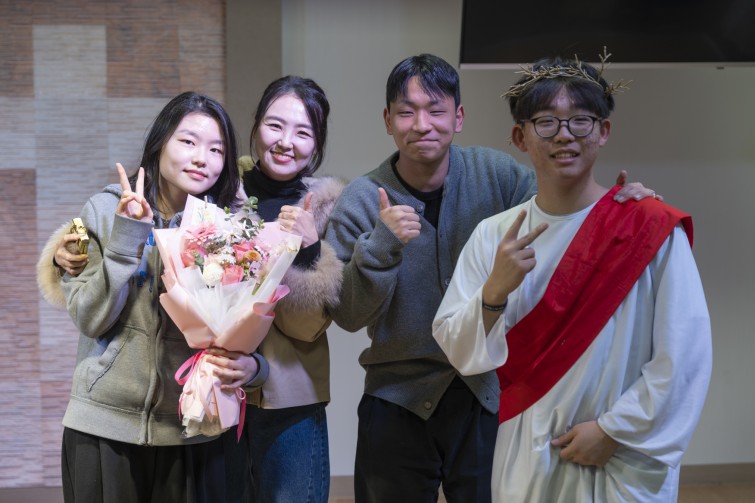 YTo1ODp7czo4OiJGaWxlTmFtZSI7czo0MDoiM2RhM2M4YzEtZDUzMi00NjEyLWI0NzUtYTA3ZmZmYjYzMjJiLmpwZyI7czoxMjoiRmlsZURhdGVUaW1lIjtpOjE3NjczMzM2NDA7czo4OiJGaWxlU2l6ZSI7aToxMTk2MDE4O3M6ODoiRmlsZVR5cGUiO2k6MjtzOjg6Ik1pbWVUeXBlIjtzOjEwOiJpbWFnZS9qcGVnIjtzOjEzOiJTZWN0aW9uc0ZvdW5kIjtzOjMwOiJBTllfVEFHLCBJRkQwLCBUSFVNQk5BSUwsIEVYSUYiO3M6ODoiQ09NUFVURUQiO2E6OTp7czo0OiJodG1sIjtzOjI2OiJ3aWR0aD0iMTc1MiIgaGVpZ2h0PSIxMTY4IiI7czo2OiJIZWlnaHQiO2k6MTE2ODtzOjU6IldpZHRoIjtpOjE3NTI7czo3OiJJc0NvbG9yIjtpOjE7czoxNzoiQnl0ZU9yZGVyTW90b3JvbGEiO2k6MDtzOjE1OiJBcGVydHVyZUZOdW1iZXIiO3M6NToiZi8yLjgiO3M6OToiQ29weXJpZ2h0IjtzOjQ6IllBQkMiO3M6MTg6IlRodW1ibmFpbC5GaWxlVHlwZSI7aToyO3M6MTg6IlRodW1ibmFpbC5NaW1lVHlwZSI7czoxMDoiaW1hZ2UvanBlZyI7fXM6NDoiTWFrZSI7czo0OiJTT05ZIjtzOjU6Ik1vZGVsIjtzOjg6IklMQ0UtN000IjtzOjExOiJYUmVzb2x1dGlvbiI7czo1OiIyNDAvMSI7czoxMToiWVJlc29sdXRpb24iO3M6NToiMjQwLzEiO3M6MTQ6IlJlc29sdXRpb25Vbml0IjtpOjI7czo4OiJTb2Z0d2FyZSI7czo1MDoiQWRvYmUgUGhvdG9zaG9wIExpZ2h0cm9vbSBDbGFzc2ljIDE1LjEgKE1hY2ludG9zaCkiO3M6ODoiRGF0ZVRpbWUiO3M6MTk6IjIwMjY6MDE6MDIgMTQ6NTY6MjMiO3M6NjoiQXJ0aXN0IjtzOjc6IllBQkNfU0ciO3M6OToiQ29weXJpZ2h0IjtzOjQ6IllBQkMiO3M6MTY6IkV4aWZfSUZEX1BvaW50ZXIiO2k6MjUyO3M6OToiVEhVTUJOQUlMIjthOjY6e3M6MTE6IkNvbXByZXNzaW9uIjtpOjY7czoxMToiWFJlc29sdXRpb24iO3M6NDoiNzIvMSI7czoxMToiWVJlc29sdXRpb24iO3M6NDoiNzIvMSI7czoxNDoiUmVzb2x1dGlvblVuaXQiO2k6MjtzOjIxOiJKUEVHSW50ZXJjaGFuZ2VGb3JtYXQiO2k6MTAzODtzOjI3OiJKUEVHSW50ZXJjaGFuZ2VGb3JtYXRMZW5ndGgiO2k6MTQ2ODk7fXM6MTI6IkV4cG9zdXJlVGltZSI7czo0OiIxLzYwIjtzOjc6IkZOdW1iZXIiO3M6NToiMjgvMTAiO3M6MTU6IkV4cG9zdXJlUHJvZ3JhbSI7aToxO3M6MTU6IklTT1NwZWVkUmF0aW5ncyI7aToxMDA7czoxOToiVW5kZWZpbmVkVGFnOjB4ODgzMCI7aToyO3M6MTk6IlVuZGVmaW5lZFRhZzoweDg4MzIiO2k6MTAwO3M6MTE6IkV4aWZWZXJzaW9uIjtzOjQ6IjAyMzIiO3M6MTY6IkRhdGVUaW1lT3JpZ2luYWwiO3M6MTk6IjIwMjU6MTI6MzEgMjI6MDM6MTkiO3M6MTc6IkRhdGVUaW1lRGlnaXRpemVkIjtzOjE5OiIyMDI1OjEyOjMxIDIyOjAzOjE5IjtzOjE5OiJVbmRlZmluZWRUYWc6MHg5MDEwIjtzOjY6IiswOTowMCI7czoxOToiVW5kZWZpbmVkVGFnOjB4OTAxMSI7czo2OiIrMDk6MDAiO3M6MTk6IlVuZGVmaW5lZFRhZzoweDkwMTIiO3M6NjoiKzA5OjAwIjtzOjE3OiJTaHV0dGVyU3BlZWRWYWx1ZSI7czoxNToiNTkwNjg5MS8xMDAwMDAwIjtzOjEzOiJBcGVydHVyZVZhbHVlIjtzOjE1OiIyOTcwODU0LzEwMDAwMDAiO3M6MTU6IkJyaWdodG5lc3NWYWx1ZSI7czo5OiI5MDI0LzI1NjAiO3M6MTc6IkV4cG9zdXJlQmlhc1ZhbHVlIjtzOjQ6IjAvMTAiO3M6MTY6Ik1heEFwZXJ0dXJlVmFsdWUiO3M6NzoiNzYwLzI1NiI7czoxMjoiTWV0ZXJpbmdNb2RlIjtpOjU7czoxMToiTGlnaHRTb3VyY2UiO2k6MDtzOjU6IkZsYXNoIjtpOjE2O3M6MTE6IkZvY2FsTGVuZ3RoIjtzOjY6IjU1MC8xMCI7czoxODoiU3ViU2VjVGltZU9yaWdpbmFsIjtzOjM6IjAwOCI7czoxOToiU3ViU2VjVGltZURpZ2l0aXplZCI7czozOiIwMDgiO3M6MTA6IkNvbG9yU3BhY2UiO2k6NjU1MzU7czoyMToiRm9jYWxQbGFuZVhSZXNvbHV0aW9uIjtzOjE0OiI2NDQ0OTMzOS8zMjc2OCI7czoyMToiRm9jYWxQbGFuZVlSZXNvbHV0aW9uIjtzOjE0OiI2NDQ0OTMzOS8zMjc2OCI7czoyNDoiRm9jYWxQbGFuZVJlc29sdXRpb25Vbml0IjtpOjM7czoxMDoiRmlsZVNvdXJjZSI7czoxOiIDIjtzOjk6IlNjZW5lVHlwZSI7czoxOiIBIjtzOjE0OiJDdXN0b21SZW5kZXJlZCI7aTowO3M6MTI6IkV4cG9zdXJlTW9kZSI7aToxO3M6MTI6IldoaXRlQmFsYW5jZSI7aTowO3M6MTY6IkRpZ2l0YWxab29tUmF0aW8iO3M6NToiMTYvMTYiO3M6MjE6IkZvY2FsTGVuZ3RoSW4zNW1tRmlsbSI7aTo1NTtzOjE2OiJTY2VuZUNhcHR1cmVUeXBlIjtpOjA7czo4OiJDb250cmFzdCI7aTowO3M6MTA6IlNhdHVyYXRpb24iO2k6MDtzOjk6IlNoYXJwbmVzcyI7aTowO3M6MTk6IlVuZGVmaW5lZFRhZzoweEE0MzIiO2E6NDp7aTowO3M6NjoiMjQwLzEwIjtpOjE7czo2OiI3MDAvMTAiO2k6MjtzOjU6IjI4LzEwIjtpOjM7czo1OiIyOC8xMCI7fXM6MTk6IlVuZGVmaW5lZFRhZzoweEE0MzQiO3M6MjE6IkZFIDI0LTcwbW0gRjIuOCBHTSBJSSI7fQ==