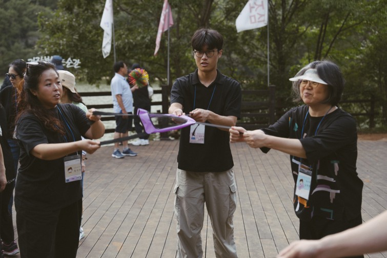 YTo1ODp7czo4OiJGaWxlTmFtZSI7czo0MDoiNDA5OGZjNTItMjQ3Mi00Yzk3LTgxYTMtNGM5YjAxYTNjZGRjLmpwZyI7czoxMjoiRmlsZURhdGVUaW1lIjtpOjE3NTcyMjM3MDg7czo4OiJGaWxlU2l6ZSI7aToxMzE5Mzc4O3M6ODoiRmlsZVR5cGUiO2k6MjtzOjg6Ik1pbWVUeXBlIjtzOjEwOiJpbWFnZS9qcGVnIjtzOjEzOiJTZWN0aW9uc0ZvdW5kIjtzOjMwOiJBTllfVEFHLCBJRkQwLCBUSFVNQk5BSUwsIEVYSUYiO3M6ODoiQ09NUFVURUQiO2E6OTp7czo0OiJodG1sIjtzOjI2OiJ3aWR0aD0iMTc1MiIgaGVpZ2h0PSIxMTY4IiI7czo2OiJIZWlnaHQiO2k6MTE2ODtzOjU6IldpZHRoIjtpOjE3NTI7czo3OiJJc0NvbG9yIjtpOjE7czoxNzoiQnl0ZU9yZGVyTW90b3JvbGEiO2k6MDtzOjE1OiJBcGVydHVyZUZOdW1iZXIiO3M6NToiZi8yLjgiO3M6OToiQ29weXJpZ2h0IjtzOjQ6IllBQkMiO3M6MTg6IlRodW1ibmFpbC5GaWxlVHlwZSI7aToyO3M6MTg6IlRodW1ibmFpbC5NaW1lVHlwZSI7czoxMDoiaW1hZ2UvanBlZyI7fXM6NDoiTWFrZSI7czo0OiJTT05ZIjtzOjU6Ik1vZGVsIjtzOjg6IklMQ0UtN000IjtzOjExOiJYUmVzb2x1dGlvbiI7czo1OiIyNDAvMSI7czoxMToiWVJlc29sdXRpb24iO3M6NToiMjQwLzEiO3M6MTQ6IlJlc29sdXRpb25Vbml0IjtpOjI7czo4OiJTb2Z0d2FyZSI7czo1MjoiQWRvYmUgUGhvdG9zaG9wIExpZ2h0cm9vbSBDbGFzc2ljIDE0LjUuMSAoTWFjaW50b3NoKSI7czo4OiJEYXRlVGltZSI7czoxOToiMjAyNTowOTowNyAxNDozOTo1OCI7czo2OiJBcnRpc3QiO3M6NzoiWUFCQ19TRyI7czo5OiJDb3B5cmlnaHQiO3M6NDoiWUFCQyI7czoxNjoiRXhpZl9JRkRfUG9pbnRlciI7aToyNTQ7czo5OiJUSFVNQk5BSUwiO2E6Njp7czoxMToiQ29tcHJlc3Npb24iO2k6NjtzOjExOiJYUmVzb2x1dGlvbiI7czo0OiI3Mi8xIjtzOjExOiJZUmVzb2x1dGlvbiI7czo0OiI3Mi8xIjtzOjE0OiJSZXNvbHV0aW9uVW5pdCI7aToyO3M6MjE6IkpQRUdJbnRlcmNoYW5nZUZvcm1hdCI7aToxMDQwO3M6Mjc6IkpQRUdJbnRlcmNoYW5nZUZvcm1hdExlbmd0aCI7aToxNTM0NTt9czoxMjoiRXhwb3N1cmVUaW1lIjtzOjU6IjEvMjUwIjtzOjc6IkZOdW1iZXIiO3M6NToiMjgvMTAiO3M6MTU6IkV4cG9zdXJlUHJvZ3JhbSI7aToxO3M6MTU6IklTT1NwZWVkUmF0aW5ncyI7aTo1MDtzOjE5OiJVbmRlZmluZWRUYWc6MHg4ODMwIjtpOjI7czoxOToiVW5kZWZpbmVkVGFnOjB4ODgzMiI7aTo1MDtzOjExOiJFeGlmVmVyc2lvbiI7czo0OiIwMjMyIjtzOjE2OiJEYXRlVGltZU9yaWdpbmFsIjtzOjE5OiIyMDI1OjA5OjA2IDE1OjU4OjQ2IjtzOjE3OiJEYXRlVGltZURpZ2l0aXplZCI7czoxOToiMjAyNTowOTowNiAxNTo1ODo0NiI7czoxOToiVW5kZWZpbmVkVGFnOjB4OTAxMCI7czo2OiIrMDk6MDAiO3M6MTk6IlVuZGVmaW5lZFRhZzoweDkwMTEiO3M6NjoiKzA5OjAwIjtzOjE5OiJVbmRlZmluZWRUYWc6MHg5MDEyIjtzOjY6IiswOTowMCI7czoxNzoiU2h1dHRlclNwZWVkVmFsdWUiO3M6MTU6Ijc5NjU3ODQvMTAwMDAwMCI7czoxMzoiQXBlcnR1cmVWYWx1ZSI7czoxNToiMjk3MDg1NC8xMDAwMDAwIjtzOjE1OiJCcmlnaHRuZXNzVmFsdWUiO3M6MTA6IjE0MzI0LzI1NjAiO3M6MTc6IkV4cG9zdXJlQmlhc1ZhbHVlIjtzOjQ6IjAvMTAiO3M6MTY6Ik1heEFwZXJ0dXJlVmFsdWUiO3M6NzoiNzYwLzI1NiI7czoxMjoiTWV0ZXJpbmdNb2RlIjtpOjU7czoxMToiTGlnaHRTb3VyY2UiO2k6MDtzOjU6IkZsYXNoIjtpOjEzO3M6MTE6IkZvY2FsTGVuZ3RoIjtzOjY6IjUwMC8xMCI7czoxODoiU3ViU2VjVGltZU9yaWdpbmFsIjtzOjM6IjI1NyI7czoxOToiU3ViU2VjVGltZURpZ2l0aXplZCI7czozOiIyNTciO3M6MTA6IkNvbG9yU3BhY2UiO2k6NjU1MzU7czoyMToiRm9jYWxQbGFuZVhSZXNvbHV0aW9uIjtzOjE0OiI2NDQ0OTMzOS8zMjc2OCI7czoyMToiRm9jYWxQbGFuZVlSZXNvbHV0aW9uIjtzOjE0OiI2NDQ0OTMzOS8zMjc2OCI7czoyNDoiRm9jYWxQbGFuZVJlc29sdXRpb25Vbml0IjtpOjM7czoxMDoiRmlsZVNvdXJjZSI7czoxOiIDIjtzOjk6IlNjZW5lVHlwZSI7czoxOiIBIjtzOjE0OiJDdXN0b21SZW5kZXJlZCI7aTowO3M6MTI6IkV4cG9zdXJlTW9kZSI7aToxO3M6MTI6IldoaXRlQmFsYW5jZSI7aToxO3M6MTY6IkRpZ2l0YWxab29tUmF0aW8iO3M6NToiMTYvMTYiO3M6MjE6IkZvY2FsTGVuZ3RoSW4zNW1tRmlsbSI7aTo1MDtzOjE2OiJTY2VuZUNhcHR1cmVUeXBlIjtpOjA7czo4OiJDb250cmFzdCI7aTowO3M6MTA6IlNhdHVyYXRpb24iO2k6MDtzOjk6IlNoYXJwbmVzcyI7aTowO3M6MTk6IlVuZGVmaW5lZFRhZzoweEE0MzIiO2E6NDp7aTowO3M6NjoiMjQwLzEwIjtpOjE7czo2OiI3MDAvMTAiO2k6MjtzOjU6IjI4LzEwIjtpOjM7czo1OiIyOC8xMCI7fXM6MTk6IlVuZGVmaW5lZFRhZzoweEE0MzQiO3M6MjE6IkZFIDI0LTcwbW0gRjIuOCBHTSBJSSI7fQ==