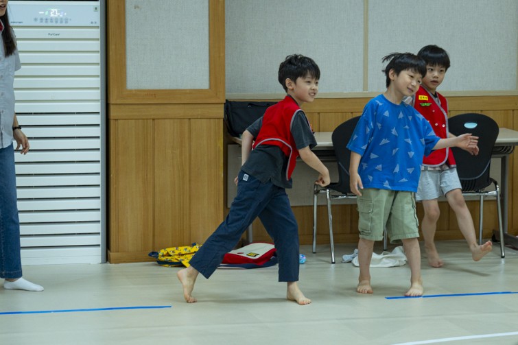 YTo1ODp7czo4OiJGaWxlTmFtZSI7czo0MDoiNGUzZDRlZmItM2MyOS00NTgxLWFjYTItM2FhYjBkMmIzZTg1LmpwZyI7czoxMjoiRmlsZURhdGVUaW1lIjtpOjE3NTc4MjAxNzY7czo4OiJGaWxlU2l6ZSI7aTo2NTQ3MzQ7czo4OiJGaWxlVHlwZSI7aToyO3M6ODoiTWltZVR5cGUiO3M6MTA6ImltYWdlL2pwZWciO3M6MTM6IlNlY3Rpb25zRm91bmQiO3M6MzA6IkFOWV9UQUcsIElGRDAsIFRIVU1CTkFJTCwgRVhJRiI7czo4OiJDT01QVVRFRCI7YTo5OntzOjQ6Imh0bWwiO3M6MjU6IndpZHRoPSIxMTUyIiBoZWlnaHQ9Ijc2OCIiO3M6NjoiSGVpZ2h0IjtpOjc2ODtzOjU6IldpZHRoIjtpOjExNTI7czo3OiJJc0NvbG9yIjtpOjE7czoxNzoiQnl0ZU9yZGVyTW90b3JvbGEiO2k6MDtzOjE1OiJBcGVydHVyZUZOdW1iZXIiO3M6NToiZi80LjAiO3M6OToiQ29weXJpZ2h0IjtzOjQ6IllBQkMiO3M6MTg6IlRodW1ibmFpbC5GaWxlVHlwZSI7aToyO3M6MTg6IlRodW1ibmFpbC5NaW1lVHlwZSI7czoxMDoiaW1hZ2UvanBlZyI7fXM6NDoiTWFrZSI7czo0OiJTT05ZIjtzOjU6Ik1vZGVsIjtzOjg6IklMQ0UtN000IjtzOjExOiJYUmVzb2x1dGlvbiI7czo1OiIyNDAvMSI7czoxMToiWVJlc29sdXRpb24iO3M6NToiMjQwLzEiO3M6MTQ6IlJlc29sdXRpb25Vbml0IjtpOjI7czo4OiJTb2Z0d2FyZSI7czo1MjoiQWRvYmUgUGhvdG9zaG9wIExpZ2h0cm9vbSBDbGFzc2ljIDE0LjUuMSAoTWFjaW50b3NoKSI7czo4OiJEYXRlVGltZSI7czoxOToiMjAyNTowOToxNCAxMjoyMTowNSI7czo2OiJBcnRpc3QiO3M6NzoiWUFCQ19TRyI7czo5OiJDb3B5cmlnaHQiO3M6NDoiWUFCQyI7czoxNjoiRXhpZl9JRkRfUG9pbnRlciI7aToyNTQ7czo5OiJUSFVNQk5BSUwiO2E6Njp7czoxMToiQ29tcHJlc3Npb24iO2k6NjtzOjExOiJYUmVzb2x1dGlvbiI7czo0OiI3Mi8xIjtzOjExOiJZUmVzb2x1dGlvbiI7czo0OiI3Mi8xIjtzOjE0OiJSZXNvbHV0aW9uVW5pdCI7aToyO3M6MjE6IkpQRUdJbnRlcmNoYW5nZUZvcm1hdCI7aToxMDQwO3M6Mjc6IkpQRUdJbnRlcmNoYW5nZUZvcm1hdExlbmd0aCI7aToxNDg0NDt9czoxMjoiRXhwb3N1cmVUaW1lIjtzOjU6IjEvMjUwIjtzOjc6IkZOdW1iZXIiO3M6MzoiNC8xIjtzOjE1OiJFeHBvc3VyZVByb2dyYW0iO2k6MTtzOjE1OiJJU09TcGVlZFJhdGluZ3MiO2k6ODAwO3M6MTk6IlVuZGVmaW5lZFRhZzoweDg4MzAiO2k6MjtzOjE5OiJVbmRlZmluZWRUYWc6MHg4ODMyIjtpOjgwMDtzOjExOiJFeGlmVmVyc2lvbiI7czo0OiIwMjMyIjtzOjE2OiJEYXRlVGltZU9yaWdpbmFsIjtzOjE5OiIyMDI1OjA5OjEzIDEwOjM1OjI4IjtzOjE3OiJEYXRlVGltZURpZ2l0aXplZCI7czoxOToiMjAyNTowOToxMyAxMDozNToyOCI7czoxOToiVW5kZWZpbmVkVGFnOjB4OTAxMCI7czo2OiIrMDk6MDAiO3M6MTk6IlVuZGVmaW5lZFRhZzoweDkwMTEiO3M6NjoiKzA5OjAwIjtzOjE5OiJVbmRlZmluZWRUYWc6MHg5MDEyIjtzOjY6IiswOTowMCI7czoxNzoiU2h1dHRlclNwZWVkVmFsdWUiO3M6MTU6Ijc5NjU3ODQvMTAwMDAwMCI7czoxMzoiQXBlcnR1cmVWYWx1ZSI7czozOiI0LzEiO3M6MTU6IkJyaWdodG5lc3NWYWx1ZSI7czo5OiI4NjA0LzI1NjAiO3M6MTc6IkV4cG9zdXJlQmlhc1ZhbHVlIjtzOjQ6IjAvMTAiO3M6MTY6Ik1heEFwZXJ0dXJlVmFsdWUiO3M6NzoiNzYwLzI1NiI7czoxMjoiTWV0ZXJpbmdNb2RlIjtpOjU7czoxMToiTGlnaHRTb3VyY2UiO2k6MDtzOjU6IkZsYXNoIjtpOjEzO3M6MTE6IkZvY2FsTGVuZ3RoIjtzOjY6IjcwMC8xMCI7czoxODoiU3ViU2VjVGltZU9yaWdpbmFsIjtzOjM6IjExMyI7czoxOToiU3ViU2VjVGltZURpZ2l0aXplZCI7czozOiIxMTMiO3M6MTA6IkNvbG9yU3BhY2UiO2k6NjU1MzU7czoyMToiRm9jYWxQbGFuZVhSZXNvbHV0aW9uIjtzOjE0OiI2NDQ0OTMzOS8zMjc2OCI7czoyMToiRm9jYWxQbGFuZVlSZXNvbHV0aW9uIjtzOjE0OiI2NDQ0OTMzOS8zMjc2OCI7czoyNDoiRm9jYWxQbGFuZVJlc29sdXRpb25Vbml0IjtpOjM7czoxMDoiRmlsZVNvdXJjZSI7czoxOiIDIjtzOjk6IlNjZW5lVHlwZSI7czoxOiIBIjtzOjE0OiJDdXN0b21SZW5kZXJlZCI7aTowO3M6MTI6IkV4cG9zdXJlTW9kZSI7aToxO3M6MTI6IldoaXRlQmFsYW5jZSI7aToxO3M6MTY6IkRpZ2l0YWxab29tUmF0aW8iO3M6NToiMTYvMTYiO3M6MjE6IkZvY2FsTGVuZ3RoSW4zNW1tRmlsbSI7aToxMDU7czoxNjoiU2NlbmVDYXB0dXJlVHlwZSI7aTowO3M6ODoiQ29udHJhc3QiO2k6MDtzOjEwOiJTYXR1cmF0aW9uIjtpOjA7czo5OiJTaGFycG5lc3MiO2k6MDtzOjE5OiJVbmRlZmluZWRUYWc6MHhBNDMyIjthOjQ6e2k6MDtzOjY6IjI0MC8xMCI7aToxO3M6NjoiNzAwLzEwIjtpOjI7czo1OiIyOC8xMCI7aTozO3M6NToiMjgvMTAiO31zOjE5OiJVbmRlZmluZWRUYWc6MHhBNDM0IjtzOjIxOiJGRSAyNC03MG1tIEYyLjggR00gSUkiO30=