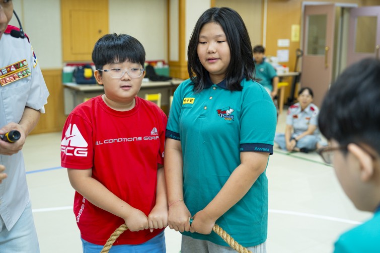 YTo1ODp7czo4OiJGaWxlTmFtZSI7czo0MDoiNTBmZmMzOGYtMjdlZi00YWI4LWIyNjYtNTM2MTM3ZGZiYzM3LmpwZyI7czoxMjoiRmlsZURhdGVUaW1lIjtpOjE3NTc4MjAxODI7czo4OiJGaWxlU2l6ZSI7aToxNTM3MTM0O3M6ODoiRmlsZVR5cGUiO2k6MjtzOjg6Ik1pbWVUeXBlIjtzOjEwOiJpbWFnZS9qcGVnIjtzOjEzOiJTZWN0aW9uc0ZvdW5kIjtzOjMwOiJBTllfVEFHLCBJRkQwLCBUSFVNQk5BSUwsIEVYSUYiO3M6ODoiQ09NUFVURUQiO2E6OTp7czo0OiJodG1sIjtzOjI2OiJ3aWR0aD0iMTc1MiIgaGVpZ2h0PSIxMTY4IiI7czo2OiJIZWlnaHQiO2k6MTE2ODtzOjU6IldpZHRoIjtpOjE3NTI7czo3OiJJc0NvbG9yIjtpOjE7czoxNzoiQnl0ZU9yZGVyTW90b3JvbGEiO2k6MDtzOjE1OiJBcGVydHVyZUZOdW1iZXIiO3M6NToiZi8yLjgiO3M6OToiQ29weXJpZ2h0IjtzOjQ6IllBQkMiO3M6MTg6IlRodW1ibmFpbC5GaWxlVHlwZSI7aToyO3M6MTg6IlRodW1ibmFpbC5NaW1lVHlwZSI7czoxMDoiaW1hZ2UvanBlZyI7fXM6NDoiTWFrZSI7czo0OiJTT05ZIjtzOjU6Ik1vZGVsIjtzOjg6IklMQ0UtN000IjtzOjExOiJYUmVzb2x1dGlvbiI7czo1OiIyNDAvMSI7czoxMToiWVJlc29sdXRpb24iO3M6NToiMjQwLzEiO3M6MTQ6IlJlc29sdXRpb25Vbml0IjtpOjI7czo4OiJTb2Z0d2FyZSI7czo1MjoiQWRvYmUgUGhvdG9zaG9wIExpZ2h0cm9vbSBDbGFzc2ljIDE0LjUuMSAoTWFjaW50b3NoKSI7czo4OiJEYXRlVGltZSI7czoxOToiMjAyNTowOToxNCAxMjoyMToyMiI7czo2OiJBcnRpc3QiO3M6NzoiWUFCQ19TRyI7czo5OiJDb3B5cmlnaHQiO3M6NDoiWUFCQyI7czoxNjoiRXhpZl9JRkRfUG9pbnRlciI7aToyNTQ7czo5OiJUSFVNQk5BSUwiO2E6Njp7czoxMToiQ29tcHJlc3Npb24iO2k6NjtzOjExOiJYUmVzb2x1dGlvbiI7czo0OiI3Mi8xIjtzOjExOiJZUmVzb2x1dGlvbiI7czo0OiI3Mi8xIjtzOjE0OiJSZXNvbHV0aW9uVW5pdCI7aToyO3M6MjE6IkpQRUdJbnRlcmNoYW5nZUZvcm1hdCI7aToxMDQwO3M6Mjc6IkpQRUdJbnRlcmNoYW5nZUZvcm1hdExlbmd0aCI7aToxNzc5Njt9czoxMjoiRXhwb3N1cmVUaW1lIjtzOjU6IjEvMjUwIjtzOjc6IkZOdW1iZXIiO3M6NToiMjgvMTAiO3M6MTU6IkV4cG9zdXJlUHJvZ3JhbSI7aToxO3M6MTU6IklTT1NwZWVkUmF0aW5ncyI7aTo2NDA7czoxOToiVW5kZWZpbmVkVGFnOjB4ODgzMCI7aToyO3M6MTk6IlVuZGVmaW5lZFRhZzoweDg4MzIiO2k6NjQwO3M6MTE6IkV4aWZWZXJzaW9uIjtzOjQ6IjAyMzIiO3M6MTY6IkRhdGVUaW1lT3JpZ2luYWwiO3M6MTk6IjIwMjU6MDk6MTMgMTE6MDc6MzYiO3M6MTc6IkRhdGVUaW1lRGlnaXRpemVkIjtzOjE5OiIyMDI1OjA5OjEzIDExOjA3OjM2IjtzOjE5OiJVbmRlZmluZWRUYWc6MHg5MDEwIjtzOjY6IiswOTowMCI7czoxOToiVW5kZWZpbmVkVGFnOjB4OTAxMSI7czo2OiIrMDk6MDAiO3M6MTk6IlVuZGVmaW5lZFRhZzoweDkwMTIiO3M6NjoiKzA5OjAwIjtzOjE3OiJTaHV0dGVyU3BlZWRWYWx1ZSI7czoxNToiNzk2NTc4NC8xMDAwMDAwIjtzOjEzOiJBcGVydHVyZVZhbHVlIjtzOjE1OiIyOTcwODU0LzEwMDAwMDAiO3M6MTU6IkJyaWdodG5lc3NWYWx1ZSI7czo5OiI3MDY0LzI1NjAiO3M6MTc6IkV4cG9zdXJlQmlhc1ZhbHVlIjtzOjQ6IjAvMTAiO3M6MTY6Ik1heEFwZXJ0dXJlVmFsdWUiO3M6NzoiNzYwLzI1NiI7czoxMjoiTWV0ZXJpbmdNb2RlIjtpOjU7czoxMToiTGlnaHRTb3VyY2UiO2k6MDtzOjU6IkZsYXNoIjtpOjEzO3M6MTE6IkZvY2FsTGVuZ3RoIjtzOjY6IjQ0MC8xMCI7czoxODoiU3ViU2VjVGltZU9yaWdpbmFsIjtzOjM6IjkxNSI7czoxOToiU3ViU2VjVGltZURpZ2l0aXplZCI7czozOiI5MTUiO3M6MTA6IkNvbG9yU3BhY2UiO2k6NjU1MzU7czoyMToiRm9jYWxQbGFuZVhSZXNvbHV0aW9uIjtzOjE0OiI2NDQ0OTMzOS8zMjc2OCI7czoyMToiRm9jYWxQbGFuZVlSZXNvbHV0aW9uIjtzOjE0OiI2NDQ0OTMzOS8zMjc2OCI7czoyNDoiRm9jYWxQbGFuZVJlc29sdXRpb25Vbml0IjtpOjM7czoxMDoiRmlsZVNvdXJjZSI7czoxOiIDIjtzOjk6IlNjZW5lVHlwZSI7czoxOiIBIjtzOjE0OiJDdXN0b21SZW5kZXJlZCI7aTowO3M6MTI6IkV4cG9zdXJlTW9kZSI7aToxO3M6MTI6IldoaXRlQmFsYW5jZSI7aToxO3M6MTY6IkRpZ2l0YWxab29tUmF0aW8iO3M6NToiMTYvMTYiO3M6MjE6IkZvY2FsTGVuZ3RoSW4zNW1tRmlsbSI7aTo0NDtzOjE2OiJTY2VuZUNhcHR1cmVUeXBlIjtpOjA7czo4OiJDb250cmFzdCI7aTowO3M6MTA6IlNhdHVyYXRpb24iO2k6MDtzOjk6IlNoYXJwbmVzcyI7aTowO3M6MTk6IlVuZGVmaW5lZFRhZzoweEE0MzIiO2E6NDp7aTowO3M6NjoiMjQwLzEwIjtpOjE7czo2OiI3MDAvMTAiO2k6MjtzOjU6IjI4LzEwIjtpOjM7czo1OiIyOC8xMCI7fXM6MTk6IlVuZGVmaW5lZFRhZzoweEE0MzQiO3M6MjE6IkZFIDI0LTcwbW0gRjIuOCBHTSBJSSI7fQ==