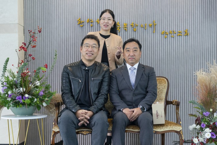 YTo1NDp7czo4OiJGaWxlTmFtZSI7czo0MDoiNTgwNzgyMzItMzUxNy00ZWM0LTg0OTUtNGRhN2E1ZTFmMzkwLmpwZyI7czoxMjoiRmlsZURhdGVUaW1lIjtpOjE3NjIyNDU5MjU7czo4OiJGaWxlU2l6ZSI7aToxMjc5Njg5O3M6ODoiRmlsZVR5cGUiO2k6MjtzOjg6Ik1pbWVUeXBlIjtzOjEwOiJpbWFnZS9qcGVnIjtzOjEzOiJTZWN0aW9uc0ZvdW5kIjtzOjMwOiJBTllfVEFHLCBJRkQwLCBUSFVNQk5BSUwsIEVYSUYiO3M6ODoiQ09NUFVURUQiO2E6ODp7czo0OiJodG1sIjtzOjI1OiJ3aWR0aD0iMTQ5MCIgaGVpZ2h0PSI5OTQiIjtzOjY6IkhlaWdodCI7aTo5OTQ7czo1OiJXaWR0aCI7aToxNDkwO3M6NzoiSXNDb2xvciI7aToxO3M6MTc6IkJ5dGVPcmRlck1vdG9yb2xhIjtpOjA7czoxNToiQXBlcnR1cmVGTnVtYmVyIjtzOjU6ImYvMi44IjtzOjE4OiJUaHVtYm5haWwuRmlsZVR5cGUiO2k6MjtzOjE4OiJUaHVtYm5haWwuTWltZVR5cGUiO3M6MTA6ImltYWdlL2pwZWciO31zOjQ6Ik1ha2UiO3M6NDoiU09OWSI7czo1OiJNb2RlbCI7czo5OiJJTENFLTdSTTMiO3M6MTE6IlhSZXNvbHV0aW9uIjtzOjU6IjI0MC8xIjtzOjExOiJZUmVzb2x1dGlvbiI7czo1OiIyNDAvMSI7czoxNDoiUmVzb2x1dGlvblVuaXQiO2k6MjtzOjg6IlNvZnR3YXJlIjtzOjUwOiJBZG9iZSBQaG90b3Nob3AgTGlnaHRyb29tIENsYXNzaWMgMTUuMCAoTWFjaW50b3NoKSI7czo4OiJEYXRlVGltZSI7czoxOToiMjAyNToxMTowNCAxNDowODowMCI7czoxNjoiRXhpZl9JRkRfUG9pbnRlciI7aToyMTQ7czo5OiJUSFVNQk5BSUwiO2E6Njp7czoxMToiQ29tcHJlc3Npb24iO2k6NjtzOjExOiJYUmVzb2x1dGlvbiI7czo0OiI3Mi8xIjtzOjExOiJZUmVzb2x1dGlvbiI7czo0OiI3Mi8xIjtzOjE0OiJSZXNvbHV0aW9uVW5pdCI7aToyO3M6MjE6IkpQRUdJbnRlcmNoYW5nZUZvcm1hdCI7aTo5NzY7czoyNzoiSlBFR0ludGVyY2hhbmdlRm9ybWF0TGVuZ3RoIjtpOjE3MDIxO31zOjEyOiJFeHBvc3VyZVRpbWUiO3M6NToiMS8yNTAiO3M6NzoiRk51bWJlciI7czo1OiIyOC8xMCI7czoxNToiRXhwb3N1cmVQcm9ncmFtIjtpOjE7czoxNToiSVNPU3BlZWRSYXRpbmdzIjtpOjY0MDtzOjE5OiJVbmRlZmluZWRUYWc6MHg4ODMwIjtpOjI7czoxOToiVW5kZWZpbmVkVGFnOjB4ODgzMiI7aTo2NDA7czoxMToiRXhpZlZlcnNpb24iO3M6NDoiMDIzMSI7czoxNjoiRGF0ZVRpbWVPcmlnaW5hbCI7czoxOToiMjAyNToxMTowMiAwOToyOTo1NSI7czoxNzoiRGF0ZVRpbWVEaWdpdGl6ZWQiO3M6MTk6IjIwMjU6MTE6MDIgMDk6Mjk6NTUiO3M6MTk6IlVuZGVmaW5lZFRhZzoweDkwMTAiO3M6NjoiKzA5OjAwIjtzOjE5OiJVbmRlZmluZWRUYWc6MHg5MDExIjtzOjY6IiswOTowMCI7czoxOToiVW5kZWZpbmVkVGFnOjB4OTAxMiI7czo2OiIrMDk6MDAiO3M6MTc6IlNodXR0ZXJTcGVlZFZhbHVlIjtzOjE1OiI3OTY1Nzg0LzEwMDAwMDAiO3M6MTM6IkFwZXJ0dXJlVmFsdWUiO3M6MTU6IjI5NzA4NTQvMTAwMDAwMCI7czoxNToiQnJpZ2h0bmVzc1ZhbHVlIjtzOjk6IjgyMTQvMjU2MCI7czoxNzoiRXhwb3N1cmVCaWFzVmFsdWUiO3M6NDoiMC8xMCI7czoxNjoiTWF4QXBlcnR1cmVWYWx1ZSI7czo3OiI3NjAvMjU2IjtzOjEyOiJNZXRlcmluZ01vZGUiO2k6NTtzOjExOiJMaWdodFNvdXJjZSI7aTowO3M6NToiRmxhc2giO2k6MTM7czoxMToiRm9jYWxMZW5ndGgiO3M6NjoiNDQwLzEwIjtzOjEwOiJDb2xvclNwYWNlIjtpOjY1NTM1O3M6MjE6IkZvY2FsUGxhbmVYUmVzb2x1dGlvbiI7czoxNDoiNzA5MjQxMzQvMzI3NjgiO3M6MjE6IkZvY2FsUGxhbmVZUmVzb2x1dGlvbiI7czoxNDoiNzA5MjQxMzQvMzI3NjgiO3M6MjQ6IkZvY2FsUGxhbmVSZXNvbHV0aW9uVW5pdCI7aTozO3M6MTA6IkZpbGVTb3VyY2UiO3M6MToiAyI7czo5OiJTY2VuZVR5cGUiO3M6MToiASI7czoxNDoiQ3VzdG9tUmVuZGVyZWQiO2k6MDtzOjEyOiJFeHBvc3VyZU1vZGUiO2k6MTtzOjEyOiJXaGl0ZUJhbGFuY2UiO2k6MDtzOjE2OiJEaWdpdGFsWm9vbVJhdGlvIjtzOjU6IjE2LzE2IjtzOjIxOiJGb2NhbExlbmd0aEluMzVtbUZpbG0iO2k6NDQ7czoxNjoiU2NlbmVDYXB0dXJlVHlwZSI7aTowO3M6ODoiQ29udHJhc3QiO2k6MDtzOjEwOiJTYXR1cmF0aW9uIjtpOjA7czo5OiJTaGFycG5lc3MiO2k6MDtzOjE5OiJVbmRlZmluZWRUYWc6MHhBNDMyIjthOjQ6e2k6MDtzOjY6IjI0MC8xMCI7aToxO3M6NjoiNzAwLzEwIjtpOjI7czo1OiIyOC8xMCI7aTozO3M6NToiMjgvMTAiO31zOjE5OiJVbmRlZmluZWRUYWc6MHhBNDM0IjtzOjIxOiJGRSAyNC03MG1tIEYyLjggR00gSUkiO30=