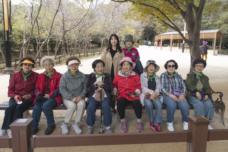 YTo1ODp7czo4OiJGaWxlTmFtZSI7czo0MDoiNWFkZDIwMTktYzVmOS00MzM3LWE4MGMtYTA2MDI3NzkwMWY0LmpwZyI7czoxMjoiRmlsZURhdGVUaW1lIjtpOjE3NjEyOTgxMjU7czo4OiJGaWxlU2l6ZSI7aToxODYyOTczO3M6ODoiRmlsZVR5cGUiO2k6MjtzOjg6Ik1pbWVUeXBlIjtzOjEwOiJpbWFnZS9qcGVnIjtzOjEzOiJTZWN0aW9uc0ZvdW5kIjtzOjMwOiJBTllfVEFHLCBJRkQwLCBUSFVNQk5BSUwsIEVYSUYiO3M6ODoiQ09NUFVURUQiO2E6OTp7czo0OiJodG1sIjtzOjI2OiJ3aWR0aD0iMTczNCIgaGVpZ2h0PSIxMTU2IiI7czo2OiJIZWlnaHQiO2k6MTE1NjtzOjU6IldpZHRoIjtpOjE3MzQ7czo3OiJJc0NvbG9yIjtpOjE7czoxNzoiQnl0ZU9yZGVyTW90b3JvbGEiO2k6MDtzOjE1OiJBcGVydHVyZUZOdW1iZXIiO3M6NToiZi8yLjgiO3M6OToiQ29weXJpZ2h0IjtzOjQ6IllBQkMiO3M6MTg6IlRodW1ibmFpbC5GaWxlVHlwZSI7aToyO3M6MTg6IlRodW1ibmFpbC5NaW1lVHlwZSI7czoxMDoiaW1hZ2UvanBlZyI7fXM6NDoiTWFrZSI7czo0OiJTT05ZIjtzOjU6Ik1vZGVsIjtzOjg6IklMQ0UtN000IjtzOjExOiJYUmVzb2x1dGlvbiI7czo1OiIyNDAvMSI7czoxMToiWVJlc29sdXRpb24iO3M6NToiMjQwLzEiO3M6MTQ6IlJlc29sdXRpb25Vbml0IjtpOjI7czo4OiJTb2Z0d2FyZSI7czo1MjoiQWRvYmUgUGhvdG9zaG9wIExpZ2h0cm9vbSBDbGFzc2ljIDE0LjUuMSAoTWFjaW50b3NoKSI7czo4OiJEYXRlVGltZSI7czoxOToiMjAyNToxMDoyNCAxODoyNDo0MCI7czo2OiJBcnRpc3QiO3M6NzoiWUFCQ19TRyI7czo5OiJDb3B5cmlnaHQiO3M6NDoiWUFCQyI7czoxNjoiRXhpZl9JRkRfUG9pbnRlciI7aToyNTQ7czo5OiJUSFVNQk5BSUwiO2E6Njp7czoxMToiQ29tcHJlc3Npb24iO2k6NjtzOjExOiJYUmVzb2x1dGlvbiI7czo0OiI3Mi8xIjtzOjExOiJZUmVzb2x1dGlvbiI7czo0OiI3Mi8xIjtzOjE0OiJSZXNvbHV0aW9uVW5pdCI7aToyO3M6MjE6IkpQRUdJbnRlcmNoYW5nZUZvcm1hdCI7aToxMDQwO3M6Mjc6IkpQRUdJbnRlcmNoYW5nZUZvcm1hdExlbmd0aCI7aToyMDA2MTt9czoxMjoiRXhwb3N1cmVUaW1lIjtzOjU6IjEvNjQwIjtzOjc6IkZOdW1iZXIiO3M6NToiMjgvMTAiO3M6MTU6IkV4cG9zdXJlUHJvZ3JhbSI7aToxO3M6MTU6IklTT1NwZWVkUmF0aW5ncyI7aToyMDA7czoxOToiVW5kZWZpbmVkVGFnOjB4ODgzMCI7aToyO3M6MTk6IlVuZGVmaW5lZFRhZzoweDg4MzIiO2k6MjAwO3M6MTE6IkV4aWZWZXJzaW9uIjtzOjQ6IjAyMzIiO3M6MTY6IkRhdGVUaW1lT3JpZ2luYWwiO3M6MTk6IjIwMjU6MTA6MjQgMTM6NDY6NTciO3M6MTc6IkRhdGVUaW1lRGlnaXRpemVkIjtzOjE5OiIyMDI1OjEwOjI0IDEzOjQ2OjU3IjtzOjE5OiJVbmRlZmluZWRUYWc6MHg5MDEwIjtzOjY6IiswOTowMCI7czoxOToiVW5kZWZpbmVkVGFnOjB4OTAxMSI7czo2OiIrMDk6MDAiO3M6MTk6IlVuZGVmaW5lZFRhZzoweDkwMTIiO3M6NjoiKzA5OjAwIjtzOjE3OiJTaHV0dGVyU3BlZWRWYWx1ZSI7czoxNToiOTMyMTkyOC8xMDAwMDAwIjtzOjEzOiJBcGVydHVyZVZhbHVlIjtzOjE1OiIyOTcwODU0LzEwMDAwMDAiO3M6MTU6IkJyaWdodG5lc3NWYWx1ZSI7czoxMDoiMTQxNjQvMjU2MCI7czoxNzoiRXhwb3N1cmVCaWFzVmFsdWUiO3M6NDoiMC8xMCI7czoxNjoiTWF4QXBlcnR1cmVWYWx1ZSI7czo3OiI3NjAvMjU2IjtzOjEyOiJNZXRlcmluZ01vZGUiO2k6NTtzOjExOiJMaWdodFNvdXJjZSI7aToyNTU7czo1OiJGbGFzaCI7aToxNjtzOjExOiJGb2NhbExlbmd0aCI7czo2OiIyNzAvMTAiO3M6MTg6IlN1YlNlY1RpbWVPcmlnaW5hbCI7czozOiI4NTQiO3M6MTk6IlN1YlNlY1RpbWVEaWdpdGl6ZWQiO3M6MzoiODU0IjtzOjEwOiJDb2xvclNwYWNlIjtpOjY1NTM1O3M6MjE6IkZvY2FsUGxhbmVYUmVzb2x1dGlvbiI7czoxNDoiNjQ0NDkzMzkvMzI3NjgiO3M6MjE6IkZvY2FsUGxhbmVZUmVzb2x1dGlvbiI7czoxNDoiNjQ0NDkzMzkvMzI3NjgiO3M6MjQ6IkZvY2FsUGxhbmVSZXNvbHV0aW9uVW5pdCI7aTozO3M6MTA6IkZpbGVTb3VyY2UiO3M6MToiAyI7czo5OiJTY2VuZVR5cGUiO3M6MToiASI7czoxNDoiQ3VzdG9tUmVuZGVyZWQiO2k6MDtzOjEyOiJFeHBvc3VyZU1vZGUiO2k6MTtzOjEyOiJXaGl0ZUJhbGFuY2UiO2k6MTtzOjE2OiJEaWdpdGFsWm9vbVJhdGlvIjtzOjU6IjE2LzE2IjtzOjIxOiJGb2NhbExlbmd0aEluMzVtbUZpbG0iO2k6Mjc7czoxNjoiU2NlbmVDYXB0dXJlVHlwZSI7aTowO3M6ODoiQ29udHJhc3QiO2k6MDtzOjEwOiJTYXR1cmF0aW9uIjtpOjA7czo5OiJTaGFycG5lc3MiO2k6MDtzOjE5OiJVbmRlZmluZWRUYWc6MHhBNDMyIjthOjQ6e2k6MDtzOjY6IjI0MC8xMCI7aToxO3M6NjoiNzAwLzEwIjtpOjI7czo1OiIyOC8xMCI7aTozO3M6NToiMjgvMTAiO31zOjE5OiJVbmRlZmluZWRUYWc6MHhBNDM0IjtzOjIxOiJGRSAyNC03MG1tIEYyLjggR00gSUkiO30=