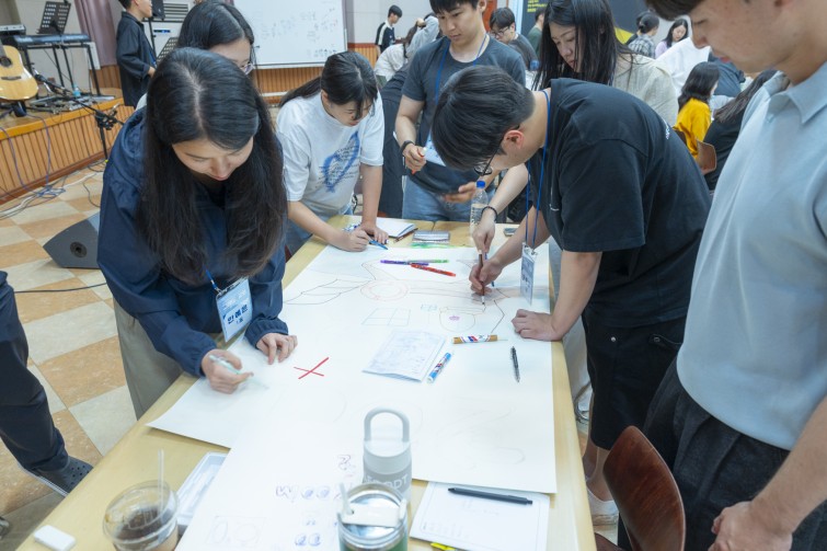 YTo1ODp7czo4OiJGaWxlTmFtZSI7czo0MDoiNWQ4ZjUwNzQtYTA1MC00MTQxLWFhMWQtYTI0ZTA2NDNiYjdiLmpwZyI7czoxMjoiRmlsZURhdGVUaW1lIjtpOjE3NTEzMzQwNjQ7czo4OiJGaWxlU2l6ZSI7aToxMzQ1MDczO3M6ODoiRmlsZVR5cGUiO2k6MjtzOjg6Ik1pbWVUeXBlIjtzOjEwOiJpbWFnZS9qcGVnIjtzOjEzOiJTZWN0aW9uc0ZvdW5kIjtzOjMwOiJBTllfVEFHLCBJRkQwLCBUSFVNQk5BSUwsIEVYSUYiO3M6ODoiQ09NUFVURUQiO2E6OTp7czo0OiJodG1sIjtzOjI2OiJ3aWR0aD0iMTc1MiIgaGVpZ2h0PSIxMTY4IiI7czo2OiJIZWlnaHQiO2k6MTE2ODtzOjU6IldpZHRoIjtpOjE3NTI7czo3OiJJc0NvbG9yIjtpOjE7czoxNzoiQnl0ZU9yZGVyTW90b3JvbGEiO2k6MDtzOjE1OiJBcGVydHVyZUZOdW1iZXIiO3M6NToiZi81LjAiO3M6OToiQ29weXJpZ2h0IjtzOjQ6IllBQkMiO3M6MTg6IlRodW1ibmFpbC5GaWxlVHlwZSI7aToyO3M6MTg6IlRodW1ibmFpbC5NaW1lVHlwZSI7czoxMDoiaW1hZ2UvanBlZyI7fXM6NDoiTWFrZSI7czo0OiJTT05ZIjtzOjU6Ik1vZGVsIjtzOjg6IklMQ0UtN000IjtzOjExOiJYUmVzb2x1dGlvbiI7czo1OiIyNDAvMSI7czoxMToiWVJlc29sdXRpb24iO3M6NToiMjQwLzEiO3M6MTQ6IlJlc29sdXRpb25Vbml0IjtpOjI7czo4OiJTb2Z0d2FyZSI7czo1MDoiQWRvYmUgUGhvdG9zaG9wIExpZ2h0cm9vbSBDbGFzc2ljIDE0LjQgKE1hY2ludG9zaCkiO3M6ODoiRGF0ZVRpbWUiO3M6MTk6IjIwMjU6MDc6MDEgMTA6MzE6NDEiO3M6NjoiQXJ0aXN0IjtzOjc6IllBQkNfU0ciO3M6OToiQ29weXJpZ2h0IjtzOjQ6IllBQkMiO3M6MTY6IkV4aWZfSUZEX1BvaW50ZXIiO2k6MjUyO3M6OToiVEhVTUJOQUlMIjthOjY6e3M6MTE6IkNvbXByZXNzaW9uIjtpOjY7czoxMToiWFJlc29sdXRpb24iO3M6NDoiNzIvMSI7czoxMToiWVJlc29sdXRpb24iO3M6NDoiNzIvMSI7czoxNDoiUmVzb2x1dGlvblVuaXQiO2k6MjtzOjIxOiJKUEVHSW50ZXJjaGFuZ2VGb3JtYXQiO2k6MTAzODtzOjI3OiJKUEVHSW50ZXJjaGFuZ2VGb3JtYXRMZW5ndGgiO2k6MTY5ODY7fXM6MTI6IkV4cG9zdXJlVGltZSI7czo0OiIxLzYwIjtzOjc6IkZOdW1iZXIiO3M6MzoiNS8xIjtzOjE1OiJFeHBvc3VyZVByb2dyYW0iO2k6MTtzOjE1OiJJU09TcGVlZFJhdGluZ3MiO2k6NDAwO3M6MTk6IlVuZGVmaW5lZFRhZzoweDg4MzAiO2k6MjtzOjE5OiJVbmRlZmluZWRUYWc6MHg4ODMyIjtpOjQwMDtzOjExOiJFeGlmVmVyc2lvbiI7czo0OiIwMjMyIjtzOjE2OiJEYXRlVGltZU9yaWdpbmFsIjtzOjE5OiIyMDI1OjA2OjI5IDE0OjQxOjE4IjtzOjE3OiJEYXRlVGltZURpZ2l0aXplZCI7czoxOToiMjAyNTowNjoyOSAxNDo0MToxOCI7czoxOToiVW5kZWZpbmVkVGFnOjB4OTAxMCI7czo2OiIrMDk6MDAiO3M6MTk6IlVuZGVmaW5lZFRhZzoweDkwMTEiO3M6NjoiKzA5OjAwIjtzOjE5OiJVbmRlZmluZWRUYWc6MHg5MDEyIjtzOjY6IiswOTowMCI7czoxNzoiU2h1dHRlclNwZWVkVmFsdWUiO3M6MTU6IjU5MDY4OTEvMTAwMDAwMCI7czoxMzoiQXBlcnR1cmVWYWx1ZSI7czoxNToiNDY0Mzg1Ni8xMDAwMDAwIjtzOjE1OiJCcmlnaHRuZXNzVmFsdWUiO3M6OToiNjU5NC8yNTYwIjtzOjE3OiJFeHBvc3VyZUJpYXNWYWx1ZSI7czo0OiIwLzEwIjtzOjE2OiJNYXhBcGVydHVyZVZhbHVlIjtzOjc6Ijc2MC8yNTYiO3M6MTI6Ik1ldGVyaW5nTW9kZSI7aTo1O3M6MTE6IkxpZ2h0U291cmNlIjtpOjA7czo1OiJGbGFzaCI7aToxNjtzOjExOiJGb2NhbExlbmd0aCI7czo2OiIyNDAvMTAiO3M6MTg6IlN1YlNlY1RpbWVPcmlnaW5hbCI7czozOiI5MjAiO3M6MTk6IlN1YlNlY1RpbWVEaWdpdGl6ZWQiO3M6MzoiOTIwIjtzOjEwOiJDb2xvclNwYWNlIjtpOjY1NTM1O3M6MjE6IkZvY2FsUGxhbmVYUmVzb2x1dGlvbiI7czoxNDoiNjQ0NDkzMzkvMzI3NjgiO3M6MjE6IkZvY2FsUGxhbmVZUmVzb2x1dGlvbiI7czoxNDoiNjQ0NDkzMzkvMzI3NjgiO3M6MjQ6IkZvY2FsUGxhbmVSZXNvbHV0aW9uVW5pdCI7aTozO3M6MTA6IkZpbGVTb3VyY2UiO3M6MToiAyI7czo5OiJTY2VuZVR5cGUiO3M6MToiASI7czoxNDoiQ3VzdG9tUmVuZGVyZWQiO2k6MDtzOjEyOiJFeHBvc3VyZU1vZGUiO2k6MTtzOjEyOiJXaGl0ZUJhbGFuY2UiO2k6MTtzOjE2OiJEaWdpdGFsWm9vbVJhdGlvIjtzOjU6IjE2LzE2IjtzOjIxOiJGb2NhbExlbmd0aEluMzVtbUZpbG0iO2k6MjQ7czoxNjoiU2NlbmVDYXB0dXJlVHlwZSI7aTowO3M6ODoiQ29udHJhc3QiO2k6MDtzOjEwOiJTYXR1cmF0aW9uIjtpOjA7czo5OiJTaGFycG5lc3MiO2k6MDtzOjE5OiJVbmRlZmluZWRUYWc6MHhBNDMyIjthOjQ6e2k6MDtzOjY6IjI0MC8xMCI7aToxO3M6NjoiNzAwLzEwIjtpOjI7czo1OiIyOC8xMCI7aTozO3M6NToiMjgvMTAiO31zOjE5OiJVbmRlZmluZWRUYWc6MHhBNDM0IjtzOjIxOiJGRSAyNC03MG1tIEYyLjggR00gSUkiO30=