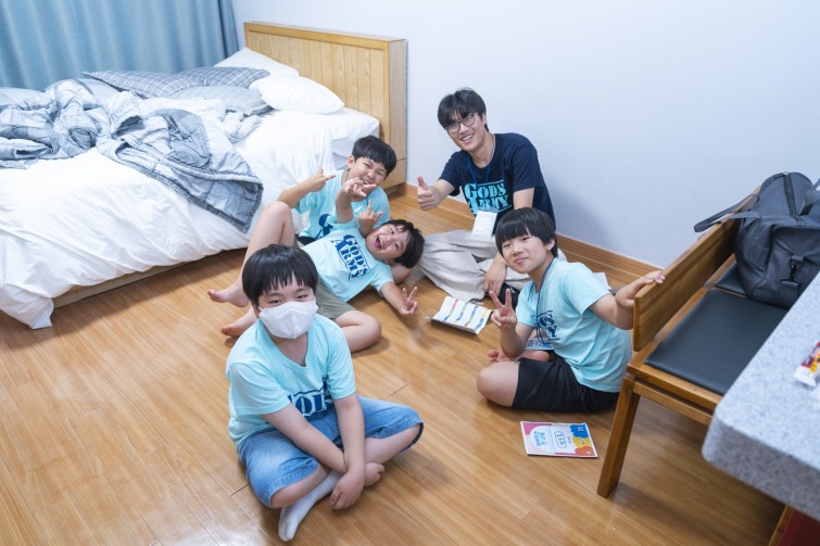 YTo1ODp7czo4OiJGaWxlTmFtZSI7czo0MDoiNjE4M2UwNDctNGVlMy00NjliLTgwMTctYmZhNmQzYjg1MWI4LmpwZyI7czoxMjoiRmlsZURhdGVUaW1lIjtpOjE3NTM3NjYyMDQ7czo4OiJGaWxlU2l6ZSI7aToxMzU1MDU2O3M6ODoiRmlsZVR5cGUiO2k6MjtzOjg6Ik1pbWVUeXBlIjtzOjEwOiJpbWFnZS9qcGVnIjtzOjEzOiJTZWN0aW9uc0ZvdW5kIjtzOjMwOiJBTllfVEFHLCBJRkQwLCBUSFVNQk5BSUwsIEVYSUYiO3M6ODoiQ09NUFVURUQiO2E6OTp7czo0OiJodG1sIjtzOjI2OiJ3aWR0aD0iMTY5MyIgaGVpZ2h0PSIxMTI5IiI7czo2OiJIZWlnaHQiO2k6MTEyOTtzOjU6IldpZHRoIjtpOjE2OTM7czo3OiJJc0NvbG9yIjtpOjE7czoxNzoiQnl0ZU9yZGVyTW90b3JvbGEiO2k6MDtzOjE1OiJBcGVydHVyZUZOdW1iZXIiO3M6NToiZi8yLjgiO3M6OToiQ29weXJpZ2h0IjtzOjQ6IllBQkMiO3M6MTg6IlRodW1ibmFpbC5GaWxlVHlwZSI7aToyO3M6MTg6IlRodW1ibmFpbC5NaW1lVHlwZSI7czoxMDoiaW1hZ2UvanBlZyI7fXM6NDoiTWFrZSI7czo0OiJTT05ZIjtzOjU6Ik1vZGVsIjtzOjg6IklMQ0UtN000IjtzOjExOiJYUmVzb2x1dGlvbiI7czo1OiIyNDAvMSI7czoxMToiWVJlc29sdXRpb24iO3M6NToiMjQwLzEiO3M6MTQ6IlJlc29sdXRpb25Vbml0IjtpOjI7czo4OiJTb2Z0d2FyZSI7czo1MDoiQWRvYmUgUGhvdG9zaG9wIExpZ2h0cm9vbSBDbGFzc2ljIDE0LjQgKE1hY2ludG9zaCkiO3M6ODoiRGF0ZVRpbWUiO3M6MTk6IjIwMjU6MDc6MjkgMTQ6MTE6NTUiO3M6NjoiQXJ0aXN0IjtzOjc6IllBQkNfU0ciO3M6OToiQ29weXJpZ2h0IjtzOjQ6IllBQkMiO3M6MTY6IkV4aWZfSUZEX1BvaW50ZXIiO2k6MjUyO3M6OToiVEhVTUJOQUlMIjthOjY6e3M6MTE6IkNvbXByZXNzaW9uIjtpOjY7czoxMToiWFJlc29sdXRpb24iO3M6NDoiNzIvMSI7czoxMToiWVJlc29sdXRpb24iO3M6NDoiNzIvMSI7czoxNDoiUmVzb2x1dGlvblVuaXQiO2k6MjtzOjIxOiJKUEVHSW50ZXJjaGFuZ2VGb3JtYXQiO2k6MTAzODtzOjI3OiJKUEVHSW50ZXJjaGFuZ2VGb3JtYXRMZW5ndGgiO2k6MTU4NDM7fXM6MTI6IkV4cG9zdXJlVGltZSI7czo0OiIxLzYwIjtzOjc6IkZOdW1iZXIiO3M6NToiMjgvMTAiO3M6MTU6IkV4cG9zdXJlUHJvZ3JhbSI7aToxO3M6MTU6IklTT1NwZWVkUmF0aW5ncyI7aTozMjA7czoxOToiVW5kZWZpbmVkVGFnOjB4ODgzMCI7aToyO3M6MTk6IlVuZGVmaW5lZFRhZzoweDg4MzIiO2k6MzIwO3M6MTE6IkV4aWZWZXJzaW9uIjtzOjQ6IjAyMzIiO3M6MTY6IkRhdGVUaW1lT3JpZ2luYWwiO3M6MTk6IjIwMjU6MDc6MjYgMjA6MTQ6MTQiO3M6MTc6IkRhdGVUaW1lRGlnaXRpemVkIjtzOjE5OiIyMDI1OjA3OjI2IDIwOjE0OjE0IjtzOjE5OiJVbmRlZmluZWRUYWc6MHg5MDEwIjtzOjY6IiswOTowMCI7czoxOToiVW5kZWZpbmVkVGFnOjB4OTAxMSI7czo2OiIrMDk6MDAiO3M6MTk6IlVuZGVmaW5lZFRhZzoweDkwMTIiO3M6NjoiKzA5OjAwIjtzOjE3OiJTaHV0dGVyU3BlZWRWYWx1ZSI7czoxNToiNTkwNjg5MS8xMDAwMDAwIjtzOjEzOiJBcGVydHVyZVZhbHVlIjtzOjE1OiIyOTcwODU0LzEwMDAwMDAiO3M6MTU6IkJyaWdodG5lc3NWYWx1ZSI7czo5OiIzNzE0LzI1NjAiO3M6MTc6IkV4cG9zdXJlQmlhc1ZhbHVlIjtzOjQ6IjAvMTAiO3M6MTY6Ik1heEFwZXJ0dXJlVmFsdWUiO3M6NzoiNzYwLzI1NiI7czoxMjoiTWV0ZXJpbmdNb2RlIjtpOjU7czoxMToiTGlnaHRTb3VyY2UiO2k6MDtzOjU6IkZsYXNoIjtpOjE1O3M6MTE6IkZvY2FsTGVuZ3RoIjtzOjY6IjI0MC8xMCI7czoxODoiU3ViU2VjVGltZU9yaWdpbmFsIjtzOjM6IjUzMyI7czoxOToiU3ViU2VjVGltZURpZ2l0aXplZCI7czozOiI1MzMiO3M6MTA6IkNvbG9yU3BhY2UiO2k6NjU1MzU7czoyMToiRm9jYWxQbGFuZVhSZXNvbHV0aW9uIjtzOjE0OiI2NDQ0OTMzOS8zMjc2OCI7czoyMToiRm9jYWxQbGFuZVlSZXNvbHV0aW9uIjtzOjE0OiI2NDQ0OTMzOS8zMjc2OCI7czoyNDoiRm9jYWxQbGFuZVJlc29sdXRpb25Vbml0IjtpOjM7czoxMDoiRmlsZVNvdXJjZSI7czoxOiIDIjtzOjk6IlNjZW5lVHlwZSI7czoxOiIBIjtzOjE0OiJDdXN0b21SZW5kZXJlZCI7aTowO3M6MTI6IkV4cG9zdXJlTW9kZSI7aToxO3M6MTI6IldoaXRlQmFsYW5jZSI7aToxO3M6MTY6IkRpZ2l0YWxab29tUmF0aW8iO3M6NToiMTYvMTYiO3M6MjE6IkZvY2FsTGVuZ3RoSW4zNW1tRmlsbSI7aToyNDtzOjE2OiJTY2VuZUNhcHR1cmVUeXBlIjtpOjA7czo4OiJDb250cmFzdCI7aTowO3M6MTA6IlNhdHVyYXRpb24iO2k6MDtzOjk6IlNoYXJwbmVzcyI7aTowO3M6MTk6IlVuZGVmaW5lZFRhZzoweEE0MzIiO2E6NDp7aTowO3M6NjoiMjQwLzEwIjtpOjE7czo2OiI3MDAvMTAiO2k6MjtzOjU6IjI4LzEwIjtpOjM7czo1OiIyOC8xMCI7fXM6MTk6IlVuZGVmaW5lZFRhZzoweEE0MzQiO3M6MjE6IkZFIDI0LTcwbW0gRjIuOCBHTSBJSSI7fQ==