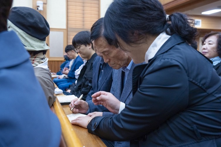 YTo1ODp7czo4OiJGaWxlTmFtZSI7czo0MDoiNmFlZDQzMGMtOWQyMS00OTcyLWFiNzgtMWQ4MDhlZjIyZjhmLmpwZyI7czoxMjoiRmlsZURhdGVUaW1lIjtpOjE3NjIyNDU4NjU7czo4OiJGaWxlU2l6ZSI7aToxMzYyNDAzO3M6ODoiRmlsZVR5cGUiO2k6MjtzOjg6Ik1pbWVUeXBlIjtzOjEwOiJpbWFnZS9qcGVnIjtzOjEzOiJTZWN0aW9uc0ZvdW5kIjtzOjMwOiJBTllfVEFHLCBJRkQwLCBUSFVNQk5BSUwsIEVYSUYiO3M6ODoiQ09NUFVURUQiO2E6OTp7czo0OiJodG1sIjtzOjI2OiJ3aWR0aD0iMTc1MiIgaGVpZ2h0PSIxMTY4IiI7czo2OiJIZWlnaHQiO2k6MTE2ODtzOjU6IldpZHRoIjtpOjE3NTI7czo3OiJJc0NvbG9yIjtpOjE7czoxNzoiQnl0ZU9yZGVyTW90b3JvbGEiO2k6MDtzOjE1OiJBcGVydHVyZUZOdW1iZXIiO3M6NToiZi81LjYiO3M6OToiQ29weXJpZ2h0IjtzOjQ6IllBQkMiO3M6MTg6IlRodW1ibmFpbC5GaWxlVHlwZSI7aToyO3M6MTg6IlRodW1ibmFpbC5NaW1lVHlwZSI7czoxMDoiaW1hZ2UvanBlZyI7fXM6NDoiTWFrZSI7czo0OiJTT05ZIjtzOjU6Ik1vZGVsIjtzOjg6IklMQ0UtN000IjtzOjExOiJYUmVzb2x1dGlvbiI7czo1OiIyNDAvMSI7czoxMToiWVJlc29sdXRpb24iO3M6NToiMjQwLzEiO3M6MTQ6IlJlc29sdXRpb25Vbml0IjtpOjI7czo4OiJTb2Z0d2FyZSI7czo1MDoiQWRvYmUgUGhvdG9zaG9wIExpZ2h0cm9vbSBDbGFzc2ljIDE1LjAgKE1hY2ludG9zaCkiO3M6ODoiRGF0ZVRpbWUiO3M6MTk6IjIwMjU6MTE6MDQgMTc6NDM6MzkiO3M6NjoiQXJ0aXN0IjtzOjc6IllBQkNfU0ciO3M6OToiQ29weXJpZ2h0IjtzOjQ6IllBQkMiO3M6MTY6IkV4aWZfSUZEX1BvaW50ZXIiO2k6MjUyO3M6OToiVEhVTUJOQUlMIjthOjY6e3M6MTE6IkNvbXByZXNzaW9uIjtpOjY7czoxMToiWFJlc29sdXRpb24iO3M6NDoiNzIvMSI7czoxMToiWVJlc29sdXRpb24iO3M6NDoiNzIvMSI7czoxNDoiUmVzb2x1dGlvblVuaXQiO2k6MjtzOjIxOiJKUEVHSW50ZXJjaGFuZ2VGb3JtYXQiO2k6MTAzODtzOjI3OiJKUEVHSW50ZXJjaGFuZ2VGb3JtYXRMZW5ndGgiO2k6MTU3ODM7fXM6MTI6IkV4cG9zdXJlVGltZSI7czo0OiIxLzYwIjtzOjc6IkZOdW1iZXIiO3M6NToiNTYvMTAiO3M6MTU6IkV4cG9zdXJlUHJvZ3JhbSI7aToxO3M6MTU6IklTT1NwZWVkUmF0aW5ncyI7aToyMDAwO3M6MTk6IlVuZGVmaW5lZFRhZzoweDg4MzAiO2k6MjtzOjE5OiJVbmRlZmluZWRUYWc6MHg4ODMyIjtpOjIwMDA7czoxMToiRXhpZlZlcnNpb24iO3M6NDoiMDIzMiI7czoxNjoiRGF0ZVRpbWVPcmlnaW5hbCI7czoxOToiMjAyNToxMDoyNiAxMDoyNjo0MCI7czoxNzoiRGF0ZVRpbWVEaWdpdGl6ZWQiO3M6MTk6IjIwMjU6MTA6MjYgMTA6MjY6NDAiO3M6MTk6IlVuZGVmaW5lZFRhZzoweDkwMTAiO3M6NjoiKzA5OjAwIjtzOjE5OiJVbmRlZmluZWRUYWc6MHg5MDExIjtzOjY6IiswOTowMCI7czoxOToiVW5kZWZpbmVkVGFnOjB4OTAxMiI7czo2OiIrMDk6MDAiO3M6MTc6IlNodXR0ZXJTcGVlZFZhbHVlIjtzOjE1OiI1OTA2ODkxLzEwMDAwMDAiO3M6MTM6IkFwZXJ0dXJlVmFsdWUiO3M6MTU6IjQ5NzA4NTQvMTAwMDAwMCI7czoxNToiQnJpZ2h0bmVzc1ZhbHVlIjtzOjg6Ijg1NC8yNTYwIjtzOjE3OiJFeHBvc3VyZUJpYXNWYWx1ZSI7czo0OiIwLzEwIjtzOjE2OiJNYXhBcGVydHVyZVZhbHVlIjtzOjg6IjEwMjQvMjU2IjtzOjEyOiJNZXRlcmluZ01vZGUiO2k6NTtzOjExOiJMaWdodFNvdXJjZSI7aToyNTU7czo1OiJGbGFzaCI7aToxNjtzOjExOiJGb2NhbExlbmd0aCI7czo2OiIzOTAvMTAiO3M6MTg6IlN1YlNlY1RpbWVPcmlnaW5hbCI7czozOiI0NjQiO3M6MTk6IlN1YlNlY1RpbWVEaWdpdGl6ZWQiO3M6MzoiNDY0IjtzOjEwOiJDb2xvclNwYWNlIjtpOjY1NTM1O3M6MjE6IkZvY2FsUGxhbmVYUmVzb2x1dGlvbiI7czoxNDoiNjQ0NDkzMzkvMzI3NjgiO3M6MjE6IkZvY2FsUGxhbmVZUmVzb2x1dGlvbiI7czoxNDoiNjQ0NDkzMzkvMzI3NjgiO3M6MjQ6IkZvY2FsUGxhbmVSZXNvbHV0aW9uVW5pdCI7aTozO3M6MTA6IkZpbGVTb3VyY2UiO3M6MToiAyI7czo5OiJTY2VuZVR5cGUiO3M6MToiASI7czoxNDoiQ3VzdG9tUmVuZGVyZWQiO2k6MDtzOjEyOiJFeHBvc3VyZU1vZGUiO2k6MTtzOjEyOiJXaGl0ZUJhbGFuY2UiO2k6MTtzOjE2OiJEaWdpdGFsWm9vbVJhdGlvIjtzOjU6IjE2LzE2IjtzOjIxOiJGb2NhbExlbmd0aEluMzVtbUZpbG0iO2k6Mzk7czoxNjoiU2NlbmVDYXB0dXJlVHlwZSI7aTowO3M6ODoiQ29udHJhc3QiO2k6MDtzOjEwOiJTYXR1cmF0aW9uIjtpOjA7czo5OiJTaGFycG5lc3MiO2k6MDtzOjE5OiJVbmRlZmluZWRUYWc6MHhBNDMyIjthOjQ6e2k6MDtzOjY6IjI0MC8xMCI7aToxO3M6NzoiMTA1MC8xMCI7aToyO3M6NToiNDAvMTAiO2k6MztzOjU6IjQwLzEwIjt9czoxOToiVW5kZWZpbmVkVGFnOjB4QTQzNCI7czoyMDoiRkUgMjQtMTA1bW0gRjQgRyBPU1MiO30=