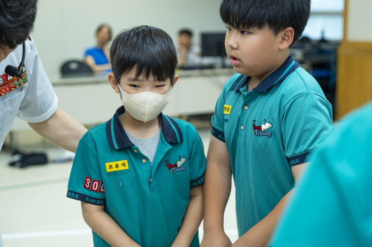 YTo1ODp7czo4OiJGaWxlTmFtZSI7czo0MDoiNmMzOTg5MGMtNzcwYy00YjA4LTliMTUtYzA3NDQxYjRhZjhjLmpwZyI7czoxMjoiRmlsZURhdGVUaW1lIjtpOjE3NTc4MjAxODI7czo4OiJGaWxlU2l6ZSI7aToxNDQ3MTczO3M6ODoiRmlsZVR5cGUiO2k6MjtzOjg6Ik1pbWVUeXBlIjtzOjEwOiJpbWFnZS9qcGVnIjtzOjEzOiJTZWN0aW9uc0ZvdW5kIjtzOjMwOiJBTllfVEFHLCBJRkQwLCBUSFVNQk5BSUwsIEVYSUYiO3M6ODoiQ09NUFVURUQiO2E6OTp7czo0OiJodG1sIjtzOjI2OiJ3aWR0aD0iMTc1MiIgaGVpZ2h0PSIxMTY4IiI7czo2OiJIZWlnaHQiO2k6MTE2ODtzOjU6IldpZHRoIjtpOjE3NTI7czo3OiJJc0NvbG9yIjtpOjE7czoxNzoiQnl0ZU9yZGVyTW90b3JvbGEiO2k6MDtzOjE1OiJBcGVydHVyZUZOdW1iZXIiO3M6NToiZi8yLjgiO3M6OToiQ29weXJpZ2h0IjtzOjQ6IllBQkMiO3M6MTg6IlRodW1ibmFpbC5GaWxlVHlwZSI7aToyO3M6MTg6IlRodW1ibmFpbC5NaW1lVHlwZSI7czoxMDoiaW1hZ2UvanBlZyI7fXM6NDoiTWFrZSI7czo0OiJTT05ZIjtzOjU6Ik1vZGVsIjtzOjg6IklMQ0UtN000IjtzOjExOiJYUmVzb2x1dGlvbiI7czo1OiIyNDAvMSI7czoxMToiWVJlc29sdXRpb24iO3M6NToiMjQwLzEiO3M6MTQ6IlJlc29sdXRpb25Vbml0IjtpOjI7czo4OiJTb2Z0d2FyZSI7czo1MjoiQWRvYmUgUGhvdG9zaG9wIExpZ2h0cm9vbSBDbGFzc2ljIDE0LjUuMSAoTWFjaW50b3NoKSI7czo4OiJEYXRlVGltZSI7czoxOToiMjAyNTowOToxNCAxMjoyMToyNiI7czo2OiJBcnRpc3QiO3M6NzoiWUFCQ19TRyI7czo5OiJDb3B5cmlnaHQiO3M6NDoiWUFCQyI7czoxNjoiRXhpZl9JRkRfUG9pbnRlciI7aToyNTQ7czo5OiJUSFVNQk5BSUwiO2E6Njp7czoxMToiQ29tcHJlc3Npb24iO2k6NjtzOjExOiJYUmVzb2x1dGlvbiI7czo0OiI3Mi8xIjtzOjExOiJZUmVzb2x1dGlvbiI7czo0OiI3Mi8xIjtzOjE0OiJSZXNvbHV0aW9uVW5pdCI7aToyO3M6MjE6IkpQRUdJbnRlcmNoYW5nZUZvcm1hdCI7aToxMDQwO3M6Mjc6IkpQRUdJbnRlcmNoYW5nZUZvcm1hdExlbmd0aCI7aToxNTQwMzt9czoxMjoiRXhwb3N1cmVUaW1lIjtzOjU6IjEvMjUwIjtzOjc6IkZOdW1iZXIiO3M6NToiMjgvMTAiO3M6MTU6IkV4cG9zdXJlUHJvZ3JhbSI7aToxO3M6MTU6IklTT1NwZWVkUmF0aW5ncyI7aTo2NDA7czoxOToiVW5kZWZpbmVkVGFnOjB4ODgzMCI7aToyO3M6MTk6IlVuZGVmaW5lZFRhZzoweDg4MzIiO2k6NjQwO3M6MTE6IkV4aWZWZXJzaW9uIjtzOjQ6IjAyMzIiO3M6MTY6IkRhdGVUaW1lT3JpZ2luYWwiO3M6MTk6IjIwMjU6MDk6MTMgMTE6MDg6NTYiO3M6MTc6IkRhdGVUaW1lRGlnaXRpemVkIjtzOjE5OiIyMDI1OjA5OjEzIDExOjA4OjU2IjtzOjE5OiJVbmRlZmluZWRUYWc6MHg5MDEwIjtzOjY6IiswOTowMCI7czoxOToiVW5kZWZpbmVkVGFnOjB4OTAxMSI7czo2OiIrMDk6MDAiO3M6MTk6IlVuZGVmaW5lZFRhZzoweDkwMTIiO3M6NjoiKzA5OjAwIjtzOjE3OiJTaHV0dGVyU3BlZWRWYWx1ZSI7czoxNToiNzk2NTc4NC8xMDAwMDAwIjtzOjEzOiJBcGVydHVyZVZhbHVlIjtzOjE1OiIyOTcwODU0LzEwMDAwMDAiO3M6MTU6IkJyaWdodG5lc3NWYWx1ZSI7czo5OiI2NTE0LzI1NjAiO3M6MTc6IkV4cG9zdXJlQmlhc1ZhbHVlIjtzOjQ6IjAvMTAiO3M6MTY6Ik1heEFwZXJ0dXJlVmFsdWUiO3M6NzoiNzYwLzI1NiI7czoxMjoiTWV0ZXJpbmdNb2RlIjtpOjU7czoxMToiTGlnaHRTb3VyY2UiO2k6MDtzOjU6IkZsYXNoIjtpOjEzO3M6MTE6IkZvY2FsTGVuZ3RoIjtzOjY6IjU5MC8xMCI7czoxODoiU3ViU2VjVGltZU9yaWdpbmFsIjtzOjM6IjE1NCI7czoxOToiU3ViU2VjVGltZURpZ2l0aXplZCI7czozOiIxNTQiO3M6MTA6IkNvbG9yU3BhY2UiO2k6NjU1MzU7czoyMToiRm9jYWxQbGFuZVhSZXNvbHV0aW9uIjtzOjE0OiI2NDQ0OTMzOS8zMjc2OCI7czoyMToiRm9jYWxQbGFuZVlSZXNvbHV0aW9uIjtzOjE0OiI2NDQ0OTMzOS8zMjc2OCI7czoyNDoiRm9jYWxQbGFuZVJlc29sdXRpb25Vbml0IjtpOjM7czoxMDoiRmlsZVNvdXJjZSI7czoxOiIDIjtzOjk6IlNjZW5lVHlwZSI7czoxOiIBIjtzOjE0OiJDdXN0b21SZW5kZXJlZCI7aTowO3M6MTI6IkV4cG9zdXJlTW9kZSI7aToxO3M6MTI6IldoaXRlQmFsYW5jZSI7aToxO3M6MTY6IkRpZ2l0YWxab29tUmF0aW8iO3M6NToiMTYvMTYiO3M6MjE6IkZvY2FsTGVuZ3RoSW4zNW1tRmlsbSI7aTo1OTtzOjE2OiJTY2VuZUNhcHR1cmVUeXBlIjtpOjA7czo4OiJDb250cmFzdCI7aTowO3M6MTA6IlNhdHVyYXRpb24iO2k6MDtzOjk6IlNoYXJwbmVzcyI7aTowO3M6MTk6IlVuZGVmaW5lZFRhZzoweEE0MzIiO2E6NDp7aTowO3M6NjoiMjQwLzEwIjtpOjE7czo2OiI3MDAvMTAiO2k6MjtzOjU6IjI4LzEwIjtpOjM7czo1OiIyOC8xMCI7fXM6MTk6IlVuZGVmaW5lZFRhZzoweEE0MzQiO3M6MjE6IkZFIDI0LTcwbW0gRjIuOCBHTSBJSSI7fQ==