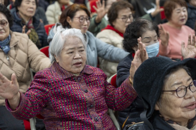 YTo1ODp7czo4OiJGaWxlTmFtZSI7czo0MDoiNmU4NmE5MGMtMjQ5ZS00YmYwLTgxYWYtODE0YzAwOTMwNzQ5LmpwZyI7czoxMjoiRmlsZURhdGVUaW1lIjtpOjE3NjQzMTg1NzA7czo4OiJGaWxlU2l6ZSI7aToxNTM1MTc3O3M6ODoiRmlsZVR5cGUiO2k6MjtzOjg6Ik1pbWVUeXBlIjtzOjEwOiJpbWFnZS9qcGVnIjtzOjEzOiJTZWN0aW9uc0ZvdW5kIjtzOjMwOiJBTllfVEFHLCBJRkQwLCBUSFVNQk5BSUwsIEVYSUYiO3M6ODoiQ09NUFVURUQiO2E6OTp7czo0OiJodG1sIjtzOjI2OiJ3aWR0aD0iMTc0NCIgaGVpZ2h0PSIxMTYzIiI7czo2OiJIZWlnaHQiO2k6MTE2MztzOjU6IldpZHRoIjtpOjE3NDQ7czo3OiJJc0NvbG9yIjtpOjE7czoxNzoiQnl0ZU9yZGVyTW90b3JvbGEiO2k6MDtzOjE1OiJBcGVydHVyZUZOdW1iZXIiO3M6NToiZi80LjAiO3M6OToiQ29weXJpZ2h0IjtzOjQ6IllBQkMiO3M6MTg6IlRodW1ibmFpbC5GaWxlVHlwZSI7aToyO3M6MTg6IlRodW1ibmFpbC5NaW1lVHlwZSI7czoxMDoiaW1hZ2UvanBlZyI7fXM6NDoiTWFrZSI7czo0OiJTT05ZIjtzOjU6Ik1vZGVsIjtzOjg6IklMQ0UtN000IjtzOjExOiJYUmVzb2x1dGlvbiI7czo1OiIyNDAvMSI7czoxMToiWVJlc29sdXRpb24iO3M6NToiMjQwLzEiO3M6MTQ6IlJlc29sdXRpb25Vbml0IjtpOjI7czo4OiJTb2Z0d2FyZSI7czo1MjoiQWRvYmUgUGhvdG9zaG9wIExpZ2h0cm9vbSBDbGFzc2ljIDE1LjAuMSAoTWFjaW50b3NoKSI7czo4OiJEYXRlVGltZSI7czoxOToiMjAyNToxMToyOCAxNzowMjowOSI7czo2OiJBcnRpc3QiO3M6NzoiWUFCQ19TRyI7czo5OiJDb3B5cmlnaHQiO3M6NDoiWUFCQyI7czoxNjoiRXhpZl9JRkRfUG9pbnRlciI7aToyNTQ7czo5OiJUSFVNQk5BSUwiO2E6Njp7czoxMToiQ29tcHJlc3Npb24iO2k6NjtzOjExOiJYUmVzb2x1dGlvbiI7czo0OiI3Mi8xIjtzOjExOiJZUmVzb2x1dGlvbiI7czo0OiI3Mi8xIjtzOjE0OiJSZXNvbHV0aW9uVW5pdCI7aToyO3M6MjE6IkpQRUdJbnRlcmNoYW5nZUZvcm1hdCI7aToxMDQwO3M6Mjc6IkpQRUdJbnRlcmNoYW5nZUZvcm1hdExlbmd0aCI7aToxOTEyODt9czoxMjoiRXhwb3N1cmVUaW1lIjtzOjU6IjEvMTAwIjtzOjc6IkZOdW1iZXIiO3M6MzoiNC8xIjtzOjE1OiJFeHBvc3VyZVByb2dyYW0iO2k6MTtzOjE1OiJJU09TcGVlZFJhdGluZ3MiO2k6MzIwO3M6MTk6IlVuZGVmaW5lZFRhZzoweDg4MzAiO2k6MjtzOjE5OiJVbmRlZmluZWRUYWc6MHg4ODMyIjtpOjMyMDtzOjExOiJFeGlmVmVyc2lvbiI7czo0OiIwMjMyIjtzOjE2OiJEYXRlVGltZU9yaWdpbmFsIjtzOjE5OiIyMDI1OjExOjI4IDEwOjQ0OjM1IjtzOjE3OiJEYXRlVGltZURpZ2l0aXplZCI7czoxOToiMjAyNToxMToyOCAxMDo0NDozNSI7czoxOToiVW5kZWZpbmVkVGFnOjB4OTAxMCI7czo2OiIrMDk6MDAiO3M6MTk6IlVuZGVmaW5lZFRhZzoweDkwMTEiO3M6NjoiKzA5OjAwIjtzOjE5OiJVbmRlZmluZWRUYWc6MHg5MDEyIjtzOjY6IiswOTowMCI7czoxNzoiU2h1dHRlclNwZWVkVmFsdWUiO3M6MTU6IjY2NDM4NTYvMTAwMDAwMCI7czoxMzoiQXBlcnR1cmVWYWx1ZSI7czozOiI0LzEiO3M6MTU6IkJyaWdodG5lc3NWYWx1ZSI7czo5OiIyNDM0LzI1NjAiO3M6MTc6IkV4cG9zdXJlQmlhc1ZhbHVlIjtzOjQ6IjAvMTAiO3M6MTY6Ik1heEFwZXJ0dXJlVmFsdWUiO3M6ODoiMTAyNC8yNTYiO3M6MTI6Ik1ldGVyaW5nTW9kZSI7aTo1O3M6MTE6IkxpZ2h0U291cmNlIjtpOjA7czo1OiJGbGFzaCI7aToxNjtzOjExOiJGb2NhbExlbmd0aCI7czo2OiI4MDAvMTAiO3M6MTg6IlN1YlNlY1RpbWVPcmlnaW5hbCI7czozOiI4NjUiO3M6MTk6IlN1YlNlY1RpbWVEaWdpdGl6ZWQiO3M6MzoiODY1IjtzOjEwOiJDb2xvclNwYWNlIjtpOjY1NTM1O3M6MjE6IkZvY2FsUGxhbmVYUmVzb2x1dGlvbiI7czoxNDoiNjQ0NDkzMzkvMzI3NjgiO3M6MjE6IkZvY2FsUGxhbmVZUmVzb2x1dGlvbiI7czoxNDoiNjQ0NDkzMzkvMzI3NjgiO3M6MjQ6IkZvY2FsUGxhbmVSZXNvbHV0aW9uVW5pdCI7aTozO3M6MTA6IkZpbGVTb3VyY2UiO3M6MToiAyI7czo5OiJTY2VuZVR5cGUiO3M6MToiASI7czoxNDoiQ3VzdG9tUmVuZGVyZWQiO2k6MDtzOjEyOiJFeHBvc3VyZU1vZGUiO2k6MTtzOjEyOiJXaGl0ZUJhbGFuY2UiO2k6MTtzOjE2OiJEaWdpdGFsWm9vbVJhdGlvIjtzOjU6IjE2LzE2IjtzOjIxOiJGb2NhbExlbmd0aEluMzVtbUZpbG0iO2k6ODA7czoxNjoiU2NlbmVDYXB0dXJlVHlwZSI7aTowO3M6ODoiQ29udHJhc3QiO2k6MDtzOjEwOiJTYXR1cmF0aW9uIjtpOjA7czo5OiJTaGFycG5lc3MiO2k6MDtzOjE5OiJVbmRlZmluZWRUYWc6MHhBNDMyIjthOjQ6e2k6MDtzOjY6IjI0MC8xMCI7aToxO3M6NzoiMTA1MC8xMCI7aToyO3M6NToiNDAvMTAiO2k6MztzOjU6IjQwLzEwIjt9czoxOToiVW5kZWZpbmVkVGFnOjB4QTQzNCI7czoyMDoiRkUgMjQtMTA1bW0gRjQgRyBPU1MiO30=