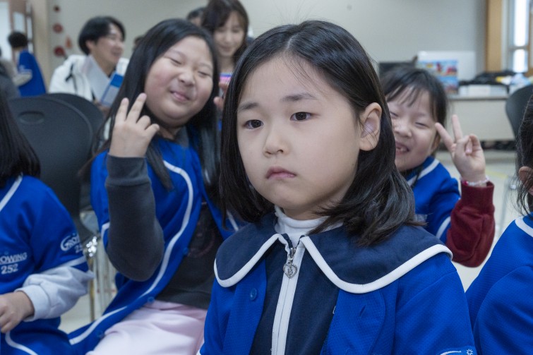 YTo1ODp7czo4OiJGaWxlTmFtZSI7czo0MDoiNzYxMGJlM2YtOGJiOC00MjhjLWI1ZGQtOTI5ZDU2Yjc2ZjNmLmpwZyI7czoxMjoiRmlsZURhdGVUaW1lIjtpOjE3NjUxNjY3ODU7czo4OiJGaWxlU2l6ZSI7aTozMTgxMjk2O3M6ODoiRmlsZVR5cGUiO2k6MjtzOjg6Ik1pbWVUeXBlIjtzOjEwOiJpbWFnZS9qcGVnIjtzOjEzOiJTZWN0aW9uc0ZvdW5kIjtzOjMwOiJBTllfVEFHLCBJRkQwLCBUSFVNQk5BSUwsIEVYSUYiO3M6ODoiQ09NUFVURUQiO2E6OTp7czo0OiJodG1sIjtzOjI2OiJ3aWR0aD0iMjQxNyIgaGVpZ2h0PSIxNjExIiI7czo2OiJIZWlnaHQiO2k6MTYxMTtzOjU6IldpZHRoIjtpOjI0MTc7czo3OiJJc0NvbG9yIjtpOjE7czoxNzoiQnl0ZU9yZGVyTW90b3JvbGEiO2k6MDtzOjE1OiJBcGVydHVyZUZOdW1iZXIiO3M6NToiZi85LjAiO3M6OToiQ29weXJpZ2h0IjtzOjQ6IllBQkMiO3M6MTg6IlRodW1ibmFpbC5GaWxlVHlwZSI7aToyO3M6MTg6IlRodW1ibmFpbC5NaW1lVHlwZSI7czoxMDoiaW1hZ2UvanBlZyI7fXM6NDoiTWFrZSI7czo0OiJTT05ZIjtzOjU6Ik1vZGVsIjtzOjg6IklMQ0UtN000IjtzOjExOiJYUmVzb2x1dGlvbiI7czo1OiIyNDAvMSI7czoxMToiWVJlc29sdXRpb24iO3M6NToiMjQwLzEiO3M6MTQ6IlJlc29sdXRpb25Vbml0IjtpOjI7czo4OiJTb2Z0d2FyZSI7czo1MjoiQWRvYmUgUGhvdG9zaG9wIExpZ2h0cm9vbSBDbGFzc2ljIDE0LjEuMSAoTWFjaW50b3NoKSI7czo4OiJEYXRlVGltZSI7czoxOToiMjAyNToxMjowOCAxMzowNDowNSI7czo2OiJBcnRpc3QiO3M6NzoiWUFCQ19TRyI7czo5OiJDb3B5cmlnaHQiO3M6NDoiWUFCQyI7czoxNjoiRXhpZl9JRkRfUG9pbnRlciI7aToyNTQ7czo5OiJUSFVNQk5BSUwiO2E6Njp7czoxMToiQ29tcHJlc3Npb24iO2k6NjtzOjExOiJYUmVzb2x1dGlvbiI7czo0OiI3Mi8xIjtzOjExOiJZUmVzb2x1dGlvbiI7czo0OiI3Mi8xIjtzOjE0OiJSZXNvbHV0aW9uVW5pdCI7aToyO3M6MjE6IkpQRUdJbnRlcmNoYW5nZUZvcm1hdCI7aToxMDQwO3M6Mjc6IkpQRUdJbnRlcmNoYW5nZUZvcm1hdExlbmd0aCI7aToxNjc4Njt9czoxMjoiRXhwb3N1cmVUaW1lIjtzOjU6IjEvMjUwIjtzOjc6IkZOdW1iZXIiO3M6MzoiOS8xIjtzOjE1OiJFeHBvc3VyZVByb2dyYW0iO2k6MTtzOjE1OiJJU09TcGVlZFJhdGluZ3MiO2k6MjAwMDtzOjE5OiJVbmRlZmluZWRUYWc6MHg4ODMwIjtpOjI7czoxOToiVW5kZWZpbmVkVGFnOjB4ODgzMiI7aToyMDAwO3M6MTE6IkV4aWZWZXJzaW9uIjtzOjQ6IjAyMzIiO3M6MTY6IkRhdGVUaW1lT3JpZ2luYWwiO3M6MTk6IjIwMjU6MTI6MDcgMTQ6NTM6MjgiO3M6MTc6IkRhdGVUaW1lRGlnaXRpemVkIjtzOjE5OiIyMDI1OjEyOjA3IDE0OjUzOjI4IjtzOjE5OiJVbmRlZmluZWRUYWc6MHg5MDEwIjtzOjY6IiswOTowMCI7czoxOToiVW5kZWZpbmVkVGFnOjB4OTAxMSI7czo2OiIrMDk6MDAiO3M6MTk6IlVuZGVmaW5lZFRhZzoweDkwMTIiO3M6NjoiKzA5OjAwIjtzOjE3OiJTaHV0dGVyU3BlZWRWYWx1ZSI7czoxNToiNzk2NTc4NC8xMDAwMDAwIjtzOjEzOiJBcGVydHVyZVZhbHVlIjtzOjEzOiI2MzM5ODUvMTAwMDAwIjtzOjE1OiJCcmlnaHRuZXNzVmFsdWUiO3M6OToiNTUwNC8yNTYwIjtzOjE3OiJFeHBvc3VyZUJpYXNWYWx1ZSI7czo0OiIwLzEwIjtzOjE2OiJNYXhBcGVydHVyZVZhbHVlIjtzOjc6Ijc2MC8yNTYiO3M6MTI6Ik1ldGVyaW5nTW9kZSI7aTo1O3M6MTE6IkxpZ2h0U291cmNlIjtpOjA7czo1OiJGbGFzaCI7aToxMztzOjExOiJGb2NhbExlbmd0aCI7czo2OiI1MTAvMTAiO3M6MTg6IlN1YlNlY1RpbWVPcmlnaW5hbCI7czozOiI2NDEiO3M6MTk6IlN1YlNlY1RpbWVEaWdpdGl6ZWQiO3M6MzoiNjQxIjtzOjEwOiJDb2xvclNwYWNlIjtpOjY1NTM1O3M6MjE6IkZvY2FsUGxhbmVYUmVzb2x1dGlvbiI7czoxNDoiNjQ0NDkzMzkvMzI3NjgiO3M6MjE6IkZvY2FsUGxhbmVZUmVzb2x1dGlvbiI7czoxNDoiNjQ0NDkzMzkvMzI3NjgiO3M6MjQ6IkZvY2FsUGxhbmVSZXNvbHV0aW9uVW5pdCI7aTozO3M6MTA6IkZpbGVTb3VyY2UiO3M6MToiAyI7czo5OiJTY2VuZVR5cGUiO3M6MToiASI7czoxNDoiQ3VzdG9tUmVuZGVyZWQiO2k6MDtzOjEyOiJFeHBvc3VyZU1vZGUiO2k6MTtzOjEyOiJXaGl0ZUJhbGFuY2UiO2k6MTtzOjE2OiJEaWdpdGFsWm9vbVJhdGlvIjtzOjU6IjE2LzE2IjtzOjIxOiJGb2NhbExlbmd0aEluMzVtbUZpbG0iO2k6NTE7czoxNjoiU2NlbmVDYXB0dXJlVHlwZSI7aTowO3M6ODoiQ29udHJhc3QiO2k6MDtzOjEwOiJTYXR1cmF0aW9uIjtpOjA7czo5OiJTaGFycG5lc3MiO2k6MDtzOjE5OiJVbmRlZmluZWRUYWc6MHhBNDMyIjthOjQ6e2k6MDtzOjY6IjI0MC8xMCI7aToxO3M6NjoiNzAwLzEwIjtpOjI7czo1OiIyOC8xMCI7aTozO3M6NToiMjgvMTAiO31zOjE5OiJVbmRlZmluZWRUYWc6MHhBNDM0IjtzOjIxOiJGRSAyNC03MG1tIEYyLjggR00gSUkiO30=