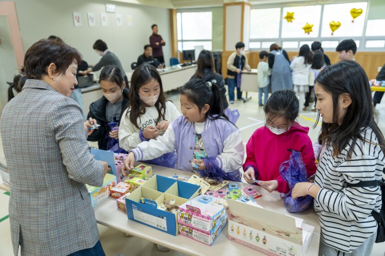 YTo1ODp7czo4OiJGaWxlTmFtZSI7czo0MDoiNzg1M2Q5YjUtNzkzMC00MzM2LTk2ZTQtYzk5ODliZDE3Y2M3LmpwZyI7czoxMjoiRmlsZURhdGVUaW1lIjtpOjE3NjQzMTgxMDU7czo4OiJGaWxlU2l6ZSI7aToxNjg4NTYyO3M6ODoiRmlsZVR5cGUiO2k6MjtzOjg6Ik1pbWVUeXBlIjtzOjEwOiJpbWFnZS9qcGVnIjtzOjEzOiJTZWN0aW9uc0ZvdW5kIjtzOjMwOiJBTllfVEFHLCBJRkQwLCBUSFVNQk5BSUwsIEVYSUYiO3M6ODoiQ09NUFVURUQiO2E6OTp7czo0OiJodG1sIjtzOjI2OiJ3aWR0aD0iMTc1MiIgaGVpZ2h0PSIxMTY4IiI7czo2OiJIZWlnaHQiO2k6MTE2ODtzOjU6IldpZHRoIjtpOjE3NTI7czo3OiJJc0NvbG9yIjtpOjE7czoxNzoiQnl0ZU9yZGVyTW90b3JvbGEiO2k6MDtzOjE1OiJBcGVydHVyZUZOdW1iZXIiO3M6NToiZi8zLjIiO3M6OToiQ29weXJpZ2h0IjtzOjQ6IllBQkMiO3M6MTg6IlRodW1ibmFpbC5GaWxlVHlwZSI7aToyO3M6MTg6IlRodW1ibmFpbC5NaW1lVHlwZSI7czoxMDoiaW1hZ2UvanBlZyI7fXM6NDoiTWFrZSI7czo0OiJTT05ZIjtzOjU6Ik1vZGVsIjtzOjg6IklMQ0UtN000IjtzOjExOiJYUmVzb2x1dGlvbiI7czo1OiIyNDAvMSI7czoxMToiWVJlc29sdXRpb24iO3M6NToiMjQwLzEiO3M6MTQ6IlJlc29sdXRpb25Vbml0IjtpOjI7czo4OiJTb2Z0d2FyZSI7czo1MjoiQWRvYmUgUGhvdG9zaG9wIExpZ2h0cm9vbSBDbGFzc2ljIDE1LjAuMSAoTWFjaW50b3NoKSI7czo4OiJEYXRlVGltZSI7czoxOToiMjAyNToxMToyOCAxNzoxNTo1NCI7czo2OiJBcnRpc3QiO3M6NzoiWUFCQ19TRyI7czo5OiJDb3B5cmlnaHQiO3M6NDoiWUFCQyI7czoxNjoiRXhpZl9JRkRfUG9pbnRlciI7aToyNTQ7czo5OiJUSFVNQk5BSUwiO2E6Njp7czoxMToiQ29tcHJlc3Npb24iO2k6NjtzOjExOiJYUmVzb2x1dGlvbiI7czo0OiI3Mi8xIjtzOjExOiJZUmVzb2x1dGlvbiI7czo0OiI3Mi8xIjtzOjE0OiJSZXNvbHV0aW9uVW5pdCI7aToyO3M6MjE6IkpQRUdJbnRlcmNoYW5nZUZvcm1hdCI7aToxMDQwO3M6Mjc6IkpQRUdJbnRlcmNoYW5nZUZvcm1hdExlbmd0aCI7aToyMDYxMDt9czoxMjoiRXhwb3N1cmVUaW1lIjtzOjU6IjEvMTI1IjtzOjc6IkZOdW1iZXIiO3M6NToiMzIvMTAiO3M6MTU6IkV4cG9zdXJlUHJvZ3JhbSI7aToxO3M6MTU6IklTT1NwZWVkUmF0aW5ncyI7aTo2NDA7czoxOToiVW5kZWZpbmVkVGFnOjB4ODgzMCI7aToyO3M6MTk6IlVuZGVmaW5lZFRhZzoweDg4MzIiO2k6NjQwO3M6MTE6IkV4aWZWZXJzaW9uIjtzOjQ6IjAyMzIiO3M6MTY6IkRhdGVUaW1lT3JpZ2luYWwiO3M6MTk6IjIwMjU6MTE6MjMgMTI6Mjk6NTAiO3M6MTc6IkRhdGVUaW1lRGlnaXRpemVkIjtzOjE5OiIyMDI1OjExOjIzIDEyOjI5OjUwIjtzOjE5OiJVbmRlZmluZWRUYWc6MHg5MDEwIjtzOjY6IiswOTowMCI7czoxOToiVW5kZWZpbmVkVGFnOjB4OTAxMSI7czo2OiIrMDk6MDAiO3M6MTk6IlVuZGVmaW5lZFRhZzoweDkwMTIiO3M6NjoiKzA5OjAwIjtzOjE3OiJTaHV0dGVyU3BlZWRWYWx1ZSI7czoxNToiNjk2NTc4NC8xMDAwMDAwIjtzOjEzOiJBcGVydHVyZVZhbHVlIjtzOjE1OiIzMzU2MTQ0LzEwMDAwMDAiO3M6MTU6IkJyaWdodG5lc3NWYWx1ZSI7czo5OiI4NTk0LzI1NjAiO3M6MTc6IkV4cG9zdXJlQmlhc1ZhbHVlIjtzOjQ6IjAvMTAiO3M6MTY6Ik1heEFwZXJ0dXJlVmFsdWUiO3M6NzoiNzYwLzI1NiI7czoxMjoiTWV0ZXJpbmdNb2RlIjtpOjU7czoxMToiTGlnaHRTb3VyY2UiO2k6MDtzOjU6IkZsYXNoIjtpOjE2O3M6MTE6IkZvY2FsTGVuZ3RoIjtzOjY6IjI2MC8xMCI7czoxODoiU3ViU2VjVGltZU9yaWdpbmFsIjtzOjM6IjY1MyI7czoxOToiU3ViU2VjVGltZURpZ2l0aXplZCI7czozOiI2NTMiO3M6MTA6IkNvbG9yU3BhY2UiO2k6NjU1MzU7czoyMToiRm9jYWxQbGFuZVhSZXNvbHV0aW9uIjtzOjE0OiI2NDQ0OTMzOS8zMjc2OCI7czoyMToiRm9jYWxQbGFuZVlSZXNvbHV0aW9uIjtzOjE0OiI2NDQ0OTMzOS8zMjc2OCI7czoyNDoiRm9jYWxQbGFuZVJlc29sdXRpb25Vbml0IjtpOjM7czoxMDoiRmlsZVNvdXJjZSI7czoxOiIDIjtzOjk6IlNjZW5lVHlwZSI7czoxOiIBIjtzOjE0OiJDdXN0b21SZW5kZXJlZCI7aTowO3M6MTI6IkV4cG9zdXJlTW9kZSI7aToxO3M6MTI6IldoaXRlQmFsYW5jZSI7aToxO3M6MTY6IkRpZ2l0YWxab29tUmF0aW8iO3M6NToiMTYvMTYiO3M6MjE6IkZvY2FsTGVuZ3RoSW4zNW1tRmlsbSI7aToyNjtzOjE2OiJTY2VuZUNhcHR1cmVUeXBlIjtpOjA7czo4OiJDb250cmFzdCI7aTowO3M6MTA6IlNhdHVyYXRpb24iO2k6MDtzOjk6IlNoYXJwbmVzcyI7aTowO3M6MTk6IlVuZGVmaW5lZFRhZzoweEE0MzIiO2E6NDp7aTowO3M6NjoiMjQwLzEwIjtpOjE7czo2OiI3MDAvMTAiO2k6MjtzOjU6IjI4LzEwIjtpOjM7czo1OiIyOC8xMCI7fXM6MTk6IlVuZGVmaW5lZFRhZzoweEE0MzQiO3M6MjE6IkZFIDI0LTcwbW0gRjIuOCBHTSBJSSI7fQ==