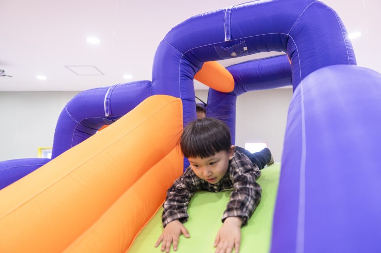 YTo1ODp7czo4OiJGaWxlTmFtZSI7czo0MDoiN2E0OTE1ZTMtY2I2Mi00NzljLWE0YWUtYzA3YWM3NGRmYWMwLmpwZyI7czoxMjoiRmlsZURhdGVUaW1lIjtpOjE3Njc2NjY1OTA7czo4OiJGaWxlU2l6ZSI7aToxMDU0MzI3O3M6ODoiRmlsZVR5cGUiO2k6MjtzOjg6Ik1pbWVUeXBlIjtzOjEwOiJpbWFnZS9qcGVnIjtzOjEzOiJTZWN0aW9uc0ZvdW5kIjtzOjMwOiJBTllfVEFHLCBJRkQwLCBUSFVNQk5BSUwsIEVYSUYiO3M6ODoiQ09NUFVURUQiO2E6OTp7czo0OiJodG1sIjtzOjI2OiJ3aWR0aD0iMTc1MiIgaGVpZ2h0PSIxMTY4IiI7czo2OiJIZWlnaHQiO2k6MTE2ODtzOjU6IldpZHRoIjtpOjE3NTI7czo3OiJJc0NvbG9yIjtpOjE7czoxNzoiQnl0ZU9yZGVyTW90b3JvbGEiO2k6MDtzOjE1OiJBcGVydHVyZUZOdW1iZXIiO3M6NToiZi8yLjgiO3M6OToiQ29weXJpZ2h0IjtzOjQ6IllBQkMiO3M6MTg6IlRodW1ibmFpbC5GaWxlVHlwZSI7aToyO3M6MTg6IlRodW1ibmFpbC5NaW1lVHlwZSI7czoxMDoiaW1hZ2UvanBlZyI7fXM6NDoiTWFrZSI7czo0OiJTT05ZIjtzOjU6Ik1vZGVsIjtzOjg6IklMQ0UtN000IjtzOjExOiJYUmVzb2x1dGlvbiI7czo1OiIyNDAvMSI7czoxMToiWVJlc29sdXRpb24iO3M6NToiMjQwLzEiO3M6MTQ6IlJlc29sdXRpb25Vbml0IjtpOjI7czo4OiJTb2Z0d2FyZSI7czo1MDoiQWRvYmUgUGhvdG9zaG9wIExpZ2h0cm9vbSBDbGFzc2ljIDE1LjEgKE1hY2ludG9zaCkiO3M6ODoiRGF0ZVRpbWUiO3M6MTk6IjIwMjY6MDE6MDYgMTE6MjY6NDgiO3M6NjoiQXJ0aXN0IjtzOjc6IllBQkNfU0ciO3M6OToiQ29weXJpZ2h0IjtzOjQ6IllBQkMiO3M6MTY6IkV4aWZfSUZEX1BvaW50ZXIiO2k6MjUyO3M6OToiVEhVTUJOQUlMIjthOjY6e3M6MTE6IkNvbXByZXNzaW9uIjtpOjY7czoxMToiWFJlc29sdXRpb24iO3M6NDoiNzIvMSI7czoxMToiWVJlc29sdXRpb24iO3M6NDoiNzIvMSI7czoxNDoiUmVzb2x1dGlvblVuaXQiO2k6MjtzOjIxOiJKUEVHSW50ZXJjaGFuZ2VGb3JtYXQiO2k6MTAzODtzOjI3OiJKUEVHSW50ZXJjaGFuZ2VGb3JtYXRMZW5ndGgiO2k6MTE0NTM7fXM6MTI6IkV4cG9zdXJlVGltZSI7czo1OiIxLzIwMCI7czo3OiJGTnVtYmVyIjtzOjU6IjI4LzEwIjtzOjE1OiJFeHBvc3VyZVByb2dyYW0iO2k6MTtzOjE1OiJJU09TcGVlZFJhdGluZ3MiO2k6NjQwO3M6MTk6IlVuZGVmaW5lZFRhZzoweDg4MzAiO2k6MjtzOjE5OiJVbmRlZmluZWRUYWc6MHg4ODMyIjtpOjY0MDtzOjExOiJFeGlmVmVyc2lvbiI7czo0OiIwMjMyIjtzOjE2OiJEYXRlVGltZU9yaWdpbmFsIjtzOjE5OiIyMDI2OjAxOjA0IDEyOjE5OjA3IjtzOjE3OiJEYXRlVGltZURpZ2l0aXplZCI7czoxOToiMjAyNjowMTowNCAxMjoxOTowNyI7czoxOToiVW5kZWZpbmVkVGFnOjB4OTAxMCI7czo2OiIrMDk6MDAiO3M6MTk6IlVuZGVmaW5lZFRhZzoweDkwMTEiO3M6NjoiKzA5OjAwIjtzOjE5OiJVbmRlZmluZWRUYWc6MHg5MDEyIjtzOjY6IiswOTowMCI7czoxNzoiU2h1dHRlclNwZWVkVmFsdWUiO3M6MTU6Ijc2NDM4NTYvMTAwMDAwMCI7czoxMzoiQXBlcnR1cmVWYWx1ZSI7czoxNToiMjk3MDg1NC8xMDAwMDAwIjtzOjE1OiJCcmlnaHRuZXNzVmFsdWUiO3M6OToiODMyNC8yNTYwIjtzOjE3OiJFeHBvc3VyZUJpYXNWYWx1ZSI7czo0OiIwLzEwIjtzOjE2OiJNYXhBcGVydHVyZVZhbHVlIjtzOjc6Ijc2MC8yNTYiO3M6MTI6Ik1ldGVyaW5nTW9kZSI7aTo1O3M6MTE6IkxpZ2h0U291cmNlIjtpOjA7czo1OiJGbGFzaCI7aToxNjtzOjExOiJGb2NhbExlbmd0aCI7czo2OiIyNDAvMTAiO3M6MTg6IlN1YlNlY1RpbWVPcmlnaW5hbCI7czozOiIwMzEiO3M6MTk6IlN1YlNlY1RpbWVEaWdpdGl6ZWQiO3M6MzoiMDMxIjtzOjEwOiJDb2xvclNwYWNlIjtpOjY1NTM1O3M6MjE6IkZvY2FsUGxhbmVYUmVzb2x1dGlvbiI7czoxNDoiNjQ0NDkzMzkvMzI3NjgiO3M6MjE6IkZvY2FsUGxhbmVZUmVzb2x1dGlvbiI7czoxNDoiNjQ0NDkzMzkvMzI3NjgiO3M6MjQ6IkZvY2FsUGxhbmVSZXNvbHV0aW9uVW5pdCI7aTozO3M6MTA6IkZpbGVTb3VyY2UiO3M6MToiAyI7czo5OiJTY2VuZVR5cGUiO3M6MToiASI7czoxNDoiQ3VzdG9tUmVuZGVyZWQiO2k6MDtzOjEyOiJFeHBvc3VyZU1vZGUiO2k6MTtzOjEyOiJXaGl0ZUJhbGFuY2UiO2k6MDtzOjE2OiJEaWdpdGFsWm9vbVJhdGlvIjtzOjU6IjE2LzE2IjtzOjIxOiJGb2NhbExlbmd0aEluMzVtbUZpbG0iO2k6MjQ7czoxNjoiU2NlbmVDYXB0dXJlVHlwZSI7aTowO3M6ODoiQ29udHJhc3QiO2k6MDtzOjEwOiJTYXR1cmF0aW9uIjtpOjA7czo5OiJTaGFycG5lc3MiO2k6MDtzOjE5OiJVbmRlZmluZWRUYWc6MHhBNDMyIjthOjQ6e2k6MDtzOjY6IjI0MC8xMCI7aToxO3M6NjoiNzAwLzEwIjtpOjI7czo1OiIyOC8xMCI7aTozO3M6NToiMjgvMTAiO31zOjE5OiJVbmRlZmluZWRUYWc6MHhBNDM0IjtzOjIxOiJGRSAyNC03MG1tIEYyLjggR00gSUkiO30=