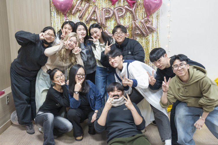 YTo1ODp7czo4OiJGaWxlTmFtZSI7czo0MDoiODZkZWJlZWQtMTg3Yi00NzdhLTk1MDMtNjkzYmM3MDAwZTFhLmpwZyI7czoxMjoiRmlsZURhdGVUaW1lIjtpOjE3NjczMzM2MzQ7czo4OiJGaWxlU2l6ZSI7aToxNjg1MzI4O3M6ODoiRmlsZVR5cGUiO2k6MjtzOjg6Ik1pbWVUeXBlIjtzOjEwOiJpbWFnZS9qcGVnIjtzOjEzOiJTZWN0aW9uc0ZvdW5kIjtzOjMwOiJBTllfVEFHLCBJRkQwLCBUSFVNQk5BSUwsIEVYSUYiO3M6ODoiQ09NUFVURUQiO2E6OTp7czo0OiJodG1sIjtzOjI2OiJ3aWR0aD0iMTc1MiIgaGVpZ2h0PSIxMTY4IiI7czo2OiJIZWlnaHQiO2k6MTE2ODtzOjU6IldpZHRoIjtpOjE3NTI7czo3OiJJc0NvbG9yIjtpOjE7czoxNzoiQnl0ZU9yZGVyTW90b3JvbGEiO2k6MDtzOjE1OiJBcGVydHVyZUZOdW1iZXIiO3M6NToiZi80LjAiO3M6OToiQ29weXJpZ2h0IjtzOjQ6IllBQkMiO3M6MTg6IlRodW1ibmFpbC5GaWxlVHlwZSI7aToyO3M6MTg6IlRodW1ibmFpbC5NaW1lVHlwZSI7czoxMDoiaW1hZ2UvanBlZyI7fXM6NDoiTWFrZSI7czo0OiJTT05ZIjtzOjU6Ik1vZGVsIjtzOjg6IklMQ0UtN000IjtzOjExOiJYUmVzb2x1dGlvbiI7czo1OiIyNDAvMSI7czoxMToiWVJlc29sdXRpb24iO3M6NToiMjQwLzEiO3M6MTQ6IlJlc29sdXRpb25Vbml0IjtpOjI7czo4OiJTb2Z0d2FyZSI7czo1MDoiQWRvYmUgUGhvdG9zaG9wIExpZ2h0cm9vbSBDbGFzc2ljIDE1LjEgKE1hY2ludG9zaCkiO3M6ODoiRGF0ZVRpbWUiO3M6MTk6IjIwMjY6MDE6MDIgMTQ6NTU6NTQiO3M6NjoiQXJ0aXN0IjtzOjc6IllBQkNfU0ciO3M6OToiQ29weXJpZ2h0IjtzOjQ6IllBQkMiO3M6MTY6IkV4aWZfSUZEX1BvaW50ZXIiO2k6MjUyO3M6OToiVEhVTUJOQUlMIjthOjY6e3M6MTE6IkNvbXByZXNzaW9uIjtpOjY7czoxMToiWFJlc29sdXRpb24iO3M6NDoiNzIvMSI7czoxMToiWVJlc29sdXRpb24iO3M6NDoiNzIvMSI7czoxNDoiUmVzb2x1dGlvblVuaXQiO2k6MjtzOjIxOiJKUEVHSW50ZXJjaGFuZ2VGb3JtYXQiO2k6MTAzODtzOjI3OiJKUEVHSW50ZXJjaGFuZ2VGb3JtYXRMZW5ndGgiO2k6MTc5OTE7fXM6MTI6IkV4cG9zdXJlVGltZSI7czo0OiIxLzYwIjtzOjc6IkZOdW1iZXIiO3M6MzoiNC8xIjtzOjE1OiJFeHBvc3VyZVByb2dyYW0iO2k6MTtzOjE1OiJJU09TcGVlZFJhdGluZ3MiO2k6NjQwO3M6MTk6IlVuZGVmaW5lZFRhZzoweDg4MzAiO2k6MjtzOjE5OiJVbmRlZmluZWRUYWc6MHg4ODMyIjtpOjY0MDtzOjExOiJFeGlmVmVyc2lvbiI7czo0OiIwMjMyIjtzOjE2OiJEYXRlVGltZU9yaWdpbmFsIjtzOjE5OiIyMDI1OjEyOjMxIDIwOjUxOjE3IjtzOjE3OiJEYXRlVGltZURpZ2l0aXplZCI7czoxOToiMjAyNToxMjozMSAyMDo1MToxNyI7czoxOToiVW5kZWZpbmVkVGFnOjB4OTAxMCI7czo2OiIrMDk6MDAiO3M6MTk6IlVuZGVmaW5lZFRhZzoweDkwMTEiO3M6NjoiKzA5OjAwIjtzOjE5OiJVbmRlZmluZWRUYWc6MHg5MDEyIjtzOjY6IiswOTowMCI7czoxNzoiU2h1dHRlclNwZWVkVmFsdWUiO3M6MTU6IjU5MDY4OTEvMTAwMDAwMCI7czoxMzoiQXBlcnR1cmVWYWx1ZSI7czozOiI0LzEiO3M6MTU6IkJyaWdodG5lc3NWYWx1ZSI7czo5OiIzNjE0LzI1NjAiO3M6MTc6IkV4cG9zdXJlQmlhc1ZhbHVlIjtzOjQ6IjAvMTAiO3M6MTY6Ik1heEFwZXJ0dXJlVmFsdWUiO3M6NzoiNzYwLzI1NiI7czoxMjoiTWV0ZXJpbmdNb2RlIjtpOjU7czoxMToiTGlnaHRTb3VyY2UiO2k6MDtzOjU6IkZsYXNoIjtpOjE2O3M6MTE6IkZvY2FsTGVuZ3RoIjtzOjY6IjMzMC8xMCI7czoxODoiU3ViU2VjVGltZU9yaWdpbmFsIjtzOjM6IjQxMSI7czoxOToiU3ViU2VjVGltZURpZ2l0aXplZCI7czozOiI0MTEiO3M6MTA6IkNvbG9yU3BhY2UiO2k6NjU1MzU7czoyMToiRm9jYWxQbGFuZVhSZXNvbHV0aW9uIjtzOjE0OiI2NDQ0OTMzOS8zMjc2OCI7czoyMToiRm9jYWxQbGFuZVlSZXNvbHV0aW9uIjtzOjE0OiI2NDQ0OTMzOS8zMjc2OCI7czoyNDoiRm9jYWxQbGFuZVJlc29sdXRpb25Vbml0IjtpOjM7czoxMDoiRmlsZVNvdXJjZSI7czoxOiIDIjtzOjk6IlNjZW5lVHlwZSI7czoxOiIBIjtzOjE0OiJDdXN0b21SZW5kZXJlZCI7aTowO3M6MTI6IkV4cG9zdXJlTW9kZSI7aToxO3M6MTI6IldoaXRlQmFsYW5jZSI7aTowO3M6MTY6IkRpZ2l0YWxab29tUmF0aW8iO3M6NToiMTYvMTYiO3M6MjE6IkZvY2FsTGVuZ3RoSW4zNW1tRmlsbSI7aTozMztzOjE2OiJTY2VuZUNhcHR1cmVUeXBlIjtpOjA7czo4OiJDb250cmFzdCI7aTowO3M6MTA6IlNhdHVyYXRpb24iO2k6MDtzOjk6IlNoYXJwbmVzcyI7aTowO3M6MTk6IlVuZGVmaW5lZFRhZzoweEE0MzIiO2E6NDp7aTowO3M6NjoiMjQwLzEwIjtpOjE7czo2OiI3MDAvMTAiO2k6MjtzOjU6IjI4LzEwIjtpOjM7czo1OiIyOC8xMCI7fXM6MTk6IlVuZGVmaW5lZFRhZzoweEE0MzQiO3M6MjE6IkZFIDI0LTcwbW0gRjIuOCBHTSBJSSI7fQ==