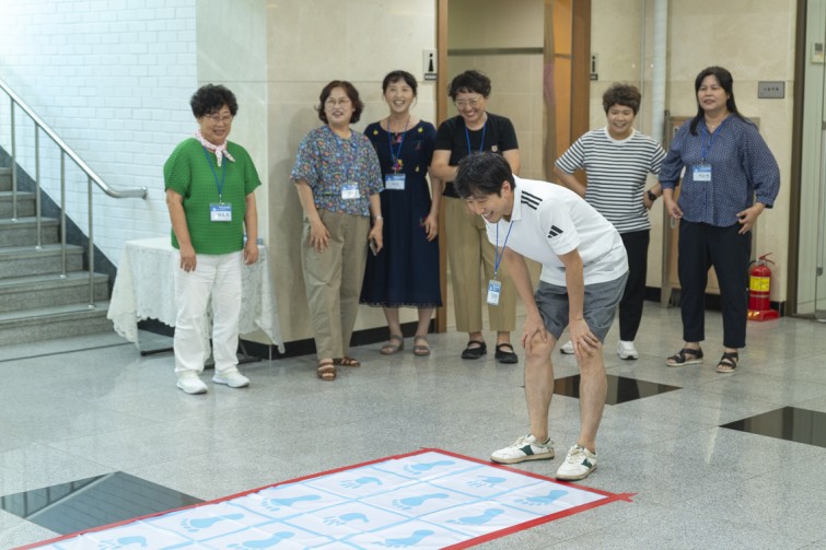 YTo1ODp7czo4OiJGaWxlTmFtZSI7czo0MDoiOGE3N2VkNWMtN2E3OC00ZTU3LWIwMzEtOWU4N2Y1ZDE4OGY3LmpwZyI7czoxMjoiRmlsZURhdGVUaW1lIjtpOjE3NTY1NDkyNDA7czo4OiJGaWxlU2l6ZSI7aTo2MzU2OTM7czo4OiJGaWxlVHlwZSI7aToyO3M6ODoiTWltZVR5cGUiO3M6MTA6ImltYWdlL2pwZWciO3M6MTM6IlNlY3Rpb25zRm91bmQiO3M6MzA6IkFOWV9UQUcsIElGRDAsIFRIVU1CTkFJTCwgRVhJRiI7czo4OiJDT01QVVRFRCI7YTo5OntzOjQ6Imh0bWwiO3M6MjU6IndpZHRoPSIxMTM5IiBoZWlnaHQ9Ijc1OSIiO3M6NjoiSGVpZ2h0IjtpOjc1OTtzOjU6IldpZHRoIjtpOjExMzk7czo3OiJJc0NvbG9yIjtpOjE7czoxNzoiQnl0ZU9yZGVyTW90b3JvbGEiO2k6MDtzOjE1OiJBcGVydHVyZUZOdW1iZXIiO3M6NToiZi8yLjgiO3M6OToiQ29weXJpZ2h0IjtzOjQ6IllBQkMiO3M6MTg6IlRodW1ibmFpbC5GaWxlVHlwZSI7aToyO3M6MTg6IlRodW1ibmFpbC5NaW1lVHlwZSI7czoxMDoiaW1hZ2UvanBlZyI7fXM6NDoiTWFrZSI7czo0OiJTT05ZIjtzOjU6Ik1vZGVsIjtzOjg6IklMQ0UtN000IjtzOjExOiJYUmVzb2x1dGlvbiI7czo1OiIyNDAvMSI7czoxMToiWVJlc29sdXRpb24iO3M6NToiMjQwLzEiO3M6MTQ6IlJlc29sdXRpb25Vbml0IjtpOjI7czo4OiJTb2Z0d2FyZSI7czo1MjoiQWRvYmUgUGhvdG9zaG9wIExpZ2h0cm9vbSBDbGFzc2ljIDE0LjUuMSAoTWFjaW50b3NoKSI7czo4OiJEYXRlVGltZSI7czoxOToiMjAyNTowODozMCAxOToxNjowOCI7czo2OiJBcnRpc3QiO3M6NzoiWUFCQ19TRyI7czo5OiJDb3B5cmlnaHQiO3M6NDoiWUFCQyI7czoxNjoiRXhpZl9JRkRfUG9pbnRlciI7aToyNTQ7czo5OiJUSFVNQk5BSUwiO2E6Njp7czoxMToiQ29tcHJlc3Npb24iO2k6NjtzOjExOiJYUmVzb2x1dGlvbiI7czo0OiI3Mi8xIjtzOjExOiJZUmVzb2x1dGlvbiI7czo0OiI3Mi8xIjtzOjE0OiJSZXNvbHV0aW9uVW5pdCI7aToyO3M6MjE6IkpQRUdJbnRlcmNoYW5nZUZvcm1hdCI7aToxMDQwO3M6Mjc6IkpQRUdJbnRlcmNoYW5nZUZvcm1hdExlbmd0aCI7aToxNTYyNjt9czoxMjoiRXhwb3N1cmVUaW1lIjtzOjQ6IjEvNjAiO3M6NzoiRk51bWJlciI7czo1OiIyOC8xMCI7czoxNToiRXhwb3N1cmVQcm9ncmFtIjtpOjE7czoxNToiSVNPU3BlZWRSYXRpbmdzIjtpOjI1MDtzOjE5OiJVbmRlZmluZWRUYWc6MHg4ODMwIjtpOjI7czoxOToiVW5kZWZpbmVkVGFnOjB4ODgzMiI7aToyNTA7czoxMToiRXhpZlZlcnNpb24iO3M6NDoiMDIzMiI7czoxNjoiRGF0ZVRpbWVPcmlnaW5hbCI7czoxOToiMjAyNTowODozMCAxNjowNzo1OSI7czoxNzoiRGF0ZVRpbWVEaWdpdGl6ZWQiO3M6MTk6IjIwMjU6MDg6MzAgMTY6MDc6NTkiO3M6MTk6IlVuZGVmaW5lZFRhZzoweDkwMTAiO3M6NjoiKzA5OjAwIjtzOjE5OiJVbmRlZmluZWRUYWc6MHg5MDExIjtzOjY6IiswOTowMCI7czoxOToiVW5kZWZpbmVkVGFnOjB4OTAxMiI7czo2OiIrMDk6MDAiO3M6MTc6IlNodXR0ZXJTcGVlZFZhbHVlIjtzOjE1OiI1OTA2ODkxLzEwMDAwMDAiO3M6MTM6IkFwZXJ0dXJlVmFsdWUiO3M6MTU6IjI5NzA4NTQvMTAwMDAwMCI7czoxNToiQnJpZ2h0bmVzc1ZhbHVlIjtzOjk6Ijc1NDQvMjU2MCI7czoxNzoiRXhwb3N1cmVCaWFzVmFsdWUiO3M6NDoiMC8xMCI7czoxNjoiTWF4QXBlcnR1cmVWYWx1ZSI7czo3OiI3NjAvMjU2IjtzOjEyOiJNZXRlcmluZ01vZGUiO2k6NTtzOjExOiJMaWdodFNvdXJjZSI7aTowO3M6NToiRmxhc2giO2k6MTM7czoxMToiRm9jYWxMZW5ndGgiO3M6NjoiNDEwLzEwIjtzOjE4OiJTdWJTZWNUaW1lT3JpZ2luYWwiO3M6MzoiMTA1IjtzOjE5OiJTdWJTZWNUaW1lRGlnaXRpemVkIjtzOjM6IjEwNSI7czoxMDoiQ29sb3JTcGFjZSI7aTo2NTUzNTtzOjIxOiJGb2NhbFBsYW5lWFJlc29sdXRpb24iO3M6MTQ6IjY0NDQ5MzM5LzMyNzY4IjtzOjIxOiJGb2NhbFBsYW5lWVJlc29sdXRpb24iO3M6MTQ6IjY0NDQ5MzM5LzMyNzY4IjtzOjI0OiJGb2NhbFBsYW5lUmVzb2x1dGlvblVuaXQiO2k6MztzOjEwOiJGaWxlU291cmNlIjtzOjE6IgMiO3M6OToiU2NlbmVUeXBlIjtzOjE6IgEiO3M6MTQ6IkN1c3RvbVJlbmRlcmVkIjtpOjA7czoxMjoiRXhwb3N1cmVNb2RlIjtpOjE7czoxMjoiV2hpdGVCYWxhbmNlIjtpOjE7czoxNjoiRGlnaXRhbFpvb21SYXRpbyI7czo1OiIxNi8xNiI7czoyMToiRm9jYWxMZW5ndGhJbjM1bW1GaWxtIjtpOjYxO3M6MTY6IlNjZW5lQ2FwdHVyZVR5cGUiO2k6MDtzOjg6IkNvbnRyYXN0IjtpOjA7czoxMDoiU2F0dXJhdGlvbiI7aTowO3M6OToiU2hhcnBuZXNzIjtpOjA7czoxOToiVW5kZWZpbmVkVGFnOjB4QTQzMiI7YTo0OntpOjA7czo2OiIyNDAvMTAiO2k6MTtzOjY6IjcwMC8xMCI7aToyO3M6NToiMjgvMTAiO2k6MztzOjU6IjI4LzEwIjt9czoxOToiVW5kZWZpbmVkVGFnOjB4QTQzNCI7czoyMToiRkUgMjQtNzBtbSBGMi44IEdNIElJIjt9