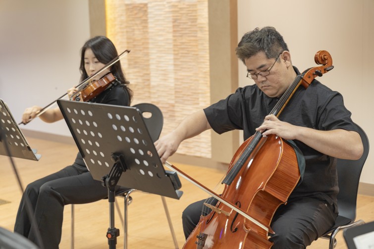 YTo1ODp7czo4OiJGaWxlTmFtZSI7czo0MDoiOGMyNTVjM2UtMjBjNi00YTRmLWE3NTItY2NlM2YwMjNmMzIwLmpwZyI7czoxMjoiRmlsZURhdGVUaW1lIjtpOjE3NTkyOTgzMTI7czo4OiJGaWxlU2l6ZSI7aToxMTU5MDYzO3M6ODoiRmlsZVR5cGUiO2k6MjtzOjg6Ik1pbWVUeXBlIjtzOjEwOiJpbWFnZS9qcGVnIjtzOjEzOiJTZWN0aW9uc0ZvdW5kIjtzOjMwOiJBTllfVEFHLCBJRkQwLCBUSFVNQk5BSUwsIEVYSUYiO3M6ODoiQ09NUFVURUQiO2E6OTp7czo0OiJodG1sIjtzOjI2OiJ3aWR0aD0iMTc1MiIgaGVpZ2h0PSIxMTY4IiI7czo2OiJIZWlnaHQiO2k6MTE2ODtzOjU6IldpZHRoIjtpOjE3NTI7czo3OiJJc0NvbG9yIjtpOjE7czoxNzoiQnl0ZU9yZGVyTW90b3JvbGEiO2k6MDtzOjE1OiJBcGVydHVyZUZOdW1iZXIiO3M6NToiZi80LjAiO3M6OToiQ29weXJpZ2h0IjtzOjQ6IllBQkMiO3M6MTg6IlRodW1ibmFpbC5GaWxlVHlwZSI7aToyO3M6MTg6IlRodW1ibmFpbC5NaW1lVHlwZSI7czoxMDoiaW1hZ2UvanBlZyI7fXM6NDoiTWFrZSI7czo0OiJTT05ZIjtzOjU6Ik1vZGVsIjtzOjg6IklMQ0UtN000IjtzOjExOiJYUmVzb2x1dGlvbiI7czo1OiIyNDAvMSI7czoxMToiWVJlc29sdXRpb24iO3M6NToiMjQwLzEiO3M6MTQ6IlJlc29sdXRpb25Vbml0IjtpOjI7czo4OiJTb2Z0d2FyZSI7czo1MjoiQWRvYmUgUGhvdG9zaG9wIExpZ2h0cm9vbSBDbGFzc2ljIDE0LjUuMSAoTWFjaW50b3NoKSI7czo4OiJEYXRlVGltZSI7czoxOToiMjAyNTowOTozMCAxMDoxNTo0NCI7czo2OiJBcnRpc3QiO3M6NzoiWUFCQ19TRyI7czo5OiJDb3B5cmlnaHQiO3M6NDoiWUFCQyI7czoxNjoiRXhpZl9JRkRfUG9pbnRlciI7aToyNTQ7czo5OiJUSFVNQk5BSUwiO2E6Njp7czoxMToiQ29tcHJlc3Npb24iO2k6NjtzOjExOiJYUmVzb2x1dGlvbiI7czo0OiI3Mi8xIjtzOjExOiJZUmVzb2x1dGlvbiI7czo0OiI3Mi8xIjtzOjE0OiJSZXNvbHV0aW9uVW5pdCI7aToyO3M6MjE6IkpQRUdJbnRlcmNoYW5nZUZvcm1hdCI7aToxMDQwO3M6Mjc6IkpQRUdJbnRlcmNoYW5nZUZvcm1hdExlbmd0aCI7aToxNTc0NDt9czoxMjoiRXhwb3N1cmVUaW1lIjtzOjQ6IjEvNjAiO3M6NzoiRk51bWJlciI7czozOiI0LzEiO3M6MTU6IkV4cG9zdXJlUHJvZ3JhbSI7aToxO3M6MTU6IklTT1NwZWVkUmF0aW5ncyI7aTo1MDA7czoxOToiVW5kZWZpbmVkVGFnOjB4ODgzMCI7aToyO3M6MTk6IlVuZGVmaW5lZFRhZzoweDg4MzIiO2k6NTAwO3M6MTE6IkV4aWZWZXJzaW9uIjtzOjQ6IjAyMzIiO3M6MTY6IkRhdGVUaW1lT3JpZ2luYWwiO3M6MTk6IjIwMjU6MDk6MjggMTM6MzU6MTciO3M6MTc6IkRhdGVUaW1lRGlnaXRpemVkIjtzOjE5OiIyMDI1OjA5OjI4IDEzOjM1OjE3IjtzOjE5OiJVbmRlZmluZWRUYWc6MHg5MDEwIjtzOjY6IiswOTowMCI7czoxOToiVW5kZWZpbmVkVGFnOjB4OTAxMSI7czo2OiIrMDk6MDAiO3M6MTk6IlVuZGVmaW5lZFRhZzoweDkwMTIiO3M6NjoiKzA5OjAwIjtzOjE3OiJTaHV0dGVyU3BlZWRWYWx1ZSI7czoxNToiNTkwNjg5MS8xMDAwMDAwIjtzOjEzOiJBcGVydHVyZVZhbHVlIjtzOjM6IjQvMSI7czoxNToiQnJpZ2h0bmVzc1ZhbHVlIjtzOjk6IjU0MzQvMjU2MCI7czoxNzoiRXhwb3N1cmVCaWFzVmFsdWUiO3M6NDoiMC8xMCI7czoxNjoiTWF4QXBlcnR1cmVWYWx1ZSI7czo3OiI3NjAvMjU2IjtzOjEyOiJNZXRlcmluZ01vZGUiO2k6NTtzOjExOiJMaWdodFNvdXJjZSI7aToyNTU7czo1OiJGbGFzaCI7aToxMztzOjExOiJGb2NhbExlbmd0aCI7czo2OiI3MDAvMTAiO3M6MTg6IlN1YlNlY1RpbWVPcmlnaW5hbCI7czozOiI4MjMiO3M6MTk6IlN1YlNlY1RpbWVEaWdpdGl6ZWQiO3M6MzoiODIzIjtzOjEwOiJDb2xvclNwYWNlIjtpOjY1NTM1O3M6MjE6IkZvY2FsUGxhbmVYUmVzb2x1dGlvbiI7czoxNDoiNjQ0NDkzMzkvMzI3NjgiO3M6MjE6IkZvY2FsUGxhbmVZUmVzb2x1dGlvbiI7czoxNDoiNjQ0NDkzMzkvMzI3NjgiO3M6MjQ6IkZvY2FsUGxhbmVSZXNvbHV0aW9uVW5pdCI7aTozO3M6MTA6IkZpbGVTb3VyY2UiO3M6MToiAyI7czo5OiJTY2VuZVR5cGUiO3M6MToiASI7czoxNDoiQ3VzdG9tUmVuZGVyZWQiO2k6MDtzOjEyOiJFeHBvc3VyZU1vZGUiO2k6MTtzOjEyOiJXaGl0ZUJhbGFuY2UiO2k6MTtzOjE2OiJEaWdpdGFsWm9vbVJhdGlvIjtzOjU6IjE2LzE2IjtzOjIxOiJGb2NhbExlbmd0aEluMzVtbUZpbG0iO2k6NzA7czoxNjoiU2NlbmVDYXB0dXJlVHlwZSI7aTowO3M6ODoiQ29udHJhc3QiO2k6MDtzOjEwOiJTYXR1cmF0aW9uIjtpOjA7czo5OiJTaGFycG5lc3MiO2k6MDtzOjE5OiJVbmRlZmluZWRUYWc6MHhBNDMyIjthOjQ6e2k6MDtzOjY6IjI0MC8xMCI7aToxO3M6NjoiNzAwLzEwIjtpOjI7czo1OiIyOC8xMCI7aTozO3M6NToiMjgvMTAiO31zOjE5OiJVbmRlZmluZWRUYWc6MHhBNDM0IjtzOjIxOiJGRSAyNC03MG1tIEYyLjggR00gSUkiO30=