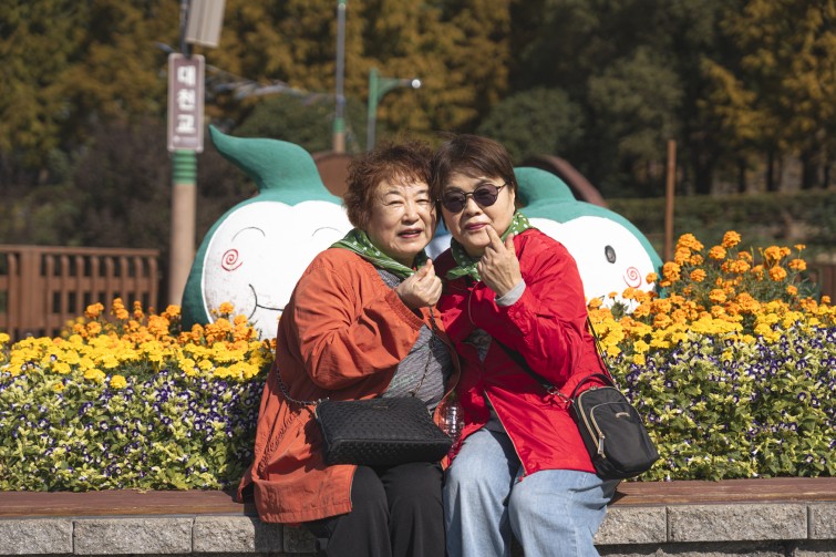 YTo1ODp7czo4OiJGaWxlTmFtZSI7czo0MDoiOTFkNTAwNmQtNGIzYi00Y2Q0LTk4ZTUtYWZiYmI4MmVhMTc2LmpwZyI7czoxMjoiRmlsZURhdGVUaW1lIjtpOjE3NjEyOTgxMjM7czo4OiJGaWxlU2l6ZSI7aToxODM0NTgxO3M6ODoiRmlsZVR5cGUiO2k6MjtzOjg6Ik1pbWVUeXBlIjtzOjEwOiJpbWFnZS9qcGVnIjtzOjEzOiJTZWN0aW9uc0ZvdW5kIjtzOjMwOiJBTllfVEFHLCBJRkQwLCBUSFVNQk5BSUwsIEVYSUYiO3M6ODoiQ09NUFVURUQiO2E6OTp7czo0OiJodG1sIjtzOjI2OiJ3aWR0aD0iMTc1MiIgaGVpZ2h0PSIxMTY4IiI7czo2OiJIZWlnaHQiO2k6MTE2ODtzOjU6IldpZHRoIjtpOjE3NTI7czo3OiJJc0NvbG9yIjtpOjE7czoxNzoiQnl0ZU9yZGVyTW90b3JvbGEiO2k6MDtzOjE1OiJBcGVydHVyZUZOdW1iZXIiO3M6NToiZi8zLjIiO3M6OToiQ29weXJpZ2h0IjtzOjQ6IllBQkMiO3M6MTg6IlRodW1ibmFpbC5GaWxlVHlwZSI7aToyO3M6MTg6IlRodW1ibmFpbC5NaW1lVHlwZSI7czoxMDoiaW1hZ2UvanBlZyI7fXM6NDoiTWFrZSI7czo0OiJTT05ZIjtzOjU6Ik1vZGVsIjtzOjg6IklMQ0UtN000IjtzOjExOiJYUmVzb2x1dGlvbiI7czo1OiIyNDAvMSI7czoxMToiWVJlc29sdXRpb24iO3M6NToiMjQwLzEiO3M6MTQ6IlJlc29sdXRpb25Vbml0IjtpOjI7czo4OiJTb2Z0d2FyZSI7czo1MjoiQWRvYmUgUGhvdG9zaG9wIExpZ2h0cm9vbSBDbGFzc2ljIDE0LjUuMSAoTWFjaW50b3NoKSI7czo4OiJEYXRlVGltZSI7czoxOToiMjAyNToxMDoyNCAxODoyNDoyOSI7czo2OiJBcnRpc3QiO3M6NzoiWUFCQ19TRyI7czo5OiJDb3B5cmlnaHQiO3M6NDoiWUFCQyI7czoxNjoiRXhpZl9JRkRfUG9pbnRlciI7aToyNTQ7czo5OiJUSFVNQk5BSUwiO2E6Njp7czoxMToiQ29tcHJlc3Npb24iO2k6NjtzOjExOiJYUmVzb2x1dGlvbiI7czo0OiI3Mi8xIjtzOjExOiJZUmVzb2x1dGlvbiI7czo0OiI3Mi8xIjtzOjE0OiJSZXNvbHV0aW9uVW5pdCI7aToyO3M6MjE6IkpQRUdJbnRlcmNoYW5nZUZvcm1hdCI7aToxMDQwO3M6Mjc6IkpQRUdJbnRlcmNoYW5nZUZvcm1hdExlbmd0aCI7aToyMjc1Nzt9czoxMjoiRXhwb3N1cmVUaW1lIjtzOjY6IjEvMzIwMCI7czo3OiJGTnVtYmVyIjtzOjU6IjMyLzEwIjtzOjE1OiJFeHBvc3VyZVByb2dyYW0iO2k6MTtzOjE1OiJJU09TcGVlZFJhdGluZ3MiO2k6MTAwO3M6MTk6IlVuZGVmaW5lZFRhZzoweDg4MzAiO2k6MjtzOjE5OiJVbmRlZmluZWRUYWc6MHg4ODMyIjtpOjEwMDtzOjExOiJFeGlmVmVyc2lvbiI7czo0OiIwMjMyIjtzOjE2OiJEYXRlVGltZU9yaWdpbmFsIjtzOjE5OiIyMDI1OjEwOjI0IDExOjAwOjI2IjtzOjE3OiJEYXRlVGltZURpZ2l0aXplZCI7czoxOToiMjAyNToxMDoyNCAxMTowMDoyNiI7czoxOToiVW5kZWZpbmVkVGFnOjB4OTAxMCI7czo2OiIrMDk6MDAiO3M6MTk6IlVuZGVmaW5lZFRhZzoweDkwMTEiO3M6NjoiKzA5OjAwIjtzOjE5OiJVbmRlZmluZWRUYWc6MHg5MDEyIjtzOjY6IiswOTowMCI7czoxNzoiU2h1dHRlclNwZWVkVmFsdWUiO3M6MTY6IjExNjQzODU2LzEwMDAwMDAiO3M6MTM6IkFwZXJ0dXJlVmFsdWUiO3M6MTU6IjMzNTYxNDQvMTAwMDAwMCI7czoxNToiQnJpZ2h0bmVzc1ZhbHVlIjtzOjEwOiIyNDI0NC8yNTYwIjtzOjE3OiJFeHBvc3VyZUJpYXNWYWx1ZSI7czo0OiIwLzEwIjtzOjE2OiJNYXhBcGVydHVyZVZhbHVlIjtzOjc6Ijc2MC8yNTYiO3M6MTI6Ik1ldGVyaW5nTW9kZSI7aTo1O3M6MTE6IkxpZ2h0U291cmNlIjtpOjI1NTtzOjU6IkZsYXNoIjtpOjE2O3M6MTE6IkZvY2FsTGVuZ3RoIjtzOjY6IjY3MC8xMCI7czoxODoiU3ViU2VjVGltZU9yaWdpbmFsIjtzOjM6IjE4MiI7czoxOToiU3ViU2VjVGltZURpZ2l0aXplZCI7czozOiIxODIiO3M6MTA6IkNvbG9yU3BhY2UiO2k6NjU1MzU7czoyMToiRm9jYWxQbGFuZVhSZXNvbHV0aW9uIjtzOjE0OiI2NDQ0OTMzOS8zMjc2OCI7czoyMToiRm9jYWxQbGFuZVlSZXNvbHV0aW9uIjtzOjE0OiI2NDQ0OTMzOS8zMjc2OCI7czoyNDoiRm9jYWxQbGFuZVJlc29sdXRpb25Vbml0IjtpOjM7czoxMDoiRmlsZVNvdXJjZSI7czoxOiIDIjtzOjk6IlNjZW5lVHlwZSI7czoxOiIBIjtzOjE0OiJDdXN0b21SZW5kZXJlZCI7aTowO3M6MTI6IkV4cG9zdXJlTW9kZSI7aToxO3M6MTI6IldoaXRlQmFsYW5jZSI7aToxO3M6MTY6IkRpZ2l0YWxab29tUmF0aW8iO3M6NToiMTYvMTYiO3M6MjE6IkZvY2FsTGVuZ3RoSW4zNW1tRmlsbSI7aTo2NztzOjE2OiJTY2VuZUNhcHR1cmVUeXBlIjtpOjA7czo4OiJDb250cmFzdCI7aTowO3M6MTA6IlNhdHVyYXRpb24iO2k6MDtzOjk6IlNoYXJwbmVzcyI7aTowO3M6MTk6IlVuZGVmaW5lZFRhZzoweEE0MzIiO2E6NDp7aTowO3M6NjoiMjQwLzEwIjtpOjE7czo2OiI3MDAvMTAiO2k6MjtzOjU6IjI4LzEwIjtpOjM7czo1OiIyOC8xMCI7fXM6MTk6IlVuZGVmaW5lZFRhZzoweEE0MzQiO3M6MjE6IkZFIDI0LTcwbW0gRjIuOCBHTSBJSSI7fQ==