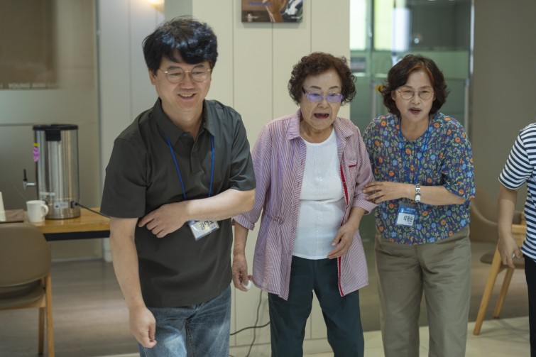 YTo1ODp7czo4OiJGaWxlTmFtZSI7czo0MDoiYTMzZGVkMWMtY2JmZi00ODNlLWEzODItNTJiYTkzNGY5YjZlLmpwZyI7czoxMjoiRmlsZURhdGVUaW1lIjtpOjE3NTY1NDkyMzY7czo4OiJGaWxlU2l6ZSI7aToxMTQzOTE5O3M6ODoiRmlsZVR5cGUiO2k6MjtzOjg6Ik1pbWVUeXBlIjtzOjEwOiJpbWFnZS9qcGVnIjtzOjEzOiJTZWN0aW9uc0ZvdW5kIjtzOjMwOiJBTllfVEFHLCBJRkQwLCBUSFVNQk5BSUwsIEVYSUYiO3M6ODoiQ09NUFVURUQiO2E6OTp7czo0OiJodG1sIjtzOjI2OiJ3aWR0aD0iMTczMyIgaGVpZ2h0PSIxMTU1IiI7czo2OiJIZWlnaHQiO2k6MTE1NTtzOjU6IldpZHRoIjtpOjE3MzM7czo3OiJJc0NvbG9yIjtpOjE7czoxNzoiQnl0ZU9yZGVyTW90b3JvbGEiO2k6MDtzOjE1OiJBcGVydHVyZUZOdW1iZXIiO3M6NToiZi8yLjgiO3M6OToiQ29weXJpZ2h0IjtzOjQ6IllBQkMiO3M6MTg6IlRodW1ibmFpbC5GaWxlVHlwZSI7aToyO3M6MTg6IlRodW1ibmFpbC5NaW1lVHlwZSI7czoxMDoiaW1hZ2UvanBlZyI7fXM6NDoiTWFrZSI7czo0OiJTT05ZIjtzOjU6Ik1vZGVsIjtzOjg6IklMQ0UtN000IjtzOjExOiJYUmVzb2x1dGlvbiI7czo1OiIyNDAvMSI7czoxMToiWVJlc29sdXRpb24iO3M6NToiMjQwLzEiO3M6MTQ6IlJlc29sdXRpb25Vbml0IjtpOjI7czo4OiJTb2Z0d2FyZSI7czo1MjoiQWRvYmUgUGhvdG9zaG9wIExpZ2h0cm9vbSBDbGFzc2ljIDE0LjUuMSAoTWFjaW50b3NoKSI7czo4OiJEYXRlVGltZSI7czoxOToiMjAyNTowODozMCAxOToxNjowMyI7czo2OiJBcnRpc3QiO3M6NzoiWUFCQ19TRyI7czo5OiJDb3B5cmlnaHQiO3M6NDoiWUFCQyI7czoxNjoiRXhpZl9JRkRfUG9pbnRlciI7aToyNTQ7czo5OiJUSFVNQk5BSUwiO2E6Njp7czoxMToiQ29tcHJlc3Npb24iO2k6NjtzOjExOiJYUmVzb2x1dGlvbiI7czo0OiI3Mi8xIjtzOjExOiJZUmVzb2x1dGlvbiI7czo0OiI3Mi8xIjtzOjE0OiJSZXNvbHV0aW9uVW5pdCI7aToyO3M6MjE6IkpQRUdJbnRlcmNoYW5nZUZvcm1hdCI7aToxMDQwO3M6Mjc6IkpQRUdJbnRlcmNoYW5nZUZvcm1hdExlbmd0aCI7aToxNDExOTt9czoxMjoiRXhwb3N1cmVUaW1lIjtzOjQ6IjEvNjAiO3M6NzoiRk51bWJlciI7czo1OiIyOC8xMCI7czoxNToiRXhwb3N1cmVQcm9ncmFtIjtpOjE7czoxNToiSVNPU3BlZWRSYXRpbmdzIjtpOjEyNTtzOjE5OiJVbmRlZmluZWRUYWc6MHg4ODMwIjtpOjI7czoxOToiVW5kZWZpbmVkVGFnOjB4ODgzMiI7aToxMjU7czoxMToiRXhpZlZlcnNpb24iO3M6NDoiMDIzMiI7czoxNjoiRGF0ZVRpbWVPcmlnaW5hbCI7czoxOToiMjAyNTowODozMCAxNTo1Mzo0OSI7czoxNzoiRGF0ZVRpbWVEaWdpdGl6ZWQiO3M6MTk6IjIwMjU6MDg6MzAgMTU6NTM6NDkiO3M6MTk6IlVuZGVmaW5lZFRhZzoweDkwMTAiO3M6NjoiKzA5OjAwIjtzOjE5OiJVbmRlZmluZWRUYWc6MHg5MDExIjtzOjY6IiswOTowMCI7czoxOToiVW5kZWZpbmVkVGFnOjB4OTAxMiI7czo2OiIrMDk6MDAiO3M6MTc6IlNodXR0ZXJTcGVlZFZhbHVlIjtzOjE1OiI1OTA2ODkxLzEwMDAwMDAiO3M6MTM6IkFwZXJ0dXJlVmFsdWUiO3M6MTU6IjI5NzA4NTQvMTAwMDAwMCI7czoxNToiQnJpZ2h0bmVzc1ZhbHVlIjtzOjk6IjQwMzQvMjU2MCI7czoxNzoiRXhwb3N1cmVCaWFzVmFsdWUiO3M6NDoiMC8xMCI7czoxNjoiTWF4QXBlcnR1cmVWYWx1ZSI7czo3OiI3NjAvMjU2IjtzOjEyOiJNZXRlcmluZ01vZGUiO2k6NTtzOjExOiJMaWdodFNvdXJjZSI7aTowO3M6NToiRmxhc2giO2k6MTM7czoxMToiRm9jYWxMZW5ndGgiO3M6NjoiNzAwLzEwIjtzOjE4OiJTdWJTZWNUaW1lT3JpZ2luYWwiO3M6MzoiMjU4IjtzOjE5OiJTdWJTZWNUaW1lRGlnaXRpemVkIjtzOjM6IjI1OCI7czoxMDoiQ29sb3JTcGFjZSI7aTo2NTUzNTtzOjIxOiJGb2NhbFBsYW5lWFJlc29sdXRpb24iO3M6MTQ6IjY0NDQ5MzM5LzMyNzY4IjtzOjIxOiJGb2NhbFBsYW5lWVJlc29sdXRpb24iO3M6MTQ6IjY0NDQ5MzM5LzMyNzY4IjtzOjI0OiJGb2NhbFBsYW5lUmVzb2x1dGlvblVuaXQiO2k6MztzOjEwOiJGaWxlU291cmNlIjtzOjE6IgMiO3M6OToiU2NlbmVUeXBlIjtzOjE6IgEiO3M6MTQ6IkN1c3RvbVJlbmRlcmVkIjtpOjA7czoxMjoiRXhwb3N1cmVNb2RlIjtpOjE7czoxMjoiV2hpdGVCYWxhbmNlIjtpOjE7czoxNjoiRGlnaXRhbFpvb21SYXRpbyI7czo1OiIxNi8xNiI7czoyMToiRm9jYWxMZW5ndGhJbjM1bW1GaWxtIjtpOjcwO3M6MTY6IlNjZW5lQ2FwdHVyZVR5cGUiO2k6MDtzOjg6IkNvbnRyYXN0IjtpOjA7czoxMDoiU2F0dXJhdGlvbiI7aTowO3M6OToiU2hhcnBuZXNzIjtpOjA7czoxOToiVW5kZWZpbmVkVGFnOjB4QTQzMiI7YTo0OntpOjA7czo2OiIyNDAvMTAiO2k6MTtzOjY6IjcwMC8xMCI7aToyO3M6NToiMjgvMTAiO2k6MztzOjU6IjI4LzEwIjt9czoxOToiVW5kZWZpbmVkVGFnOjB4QTQzNCI7czoyMToiRkUgMjQtNzBtbSBGMi44IEdNIElJIjt9