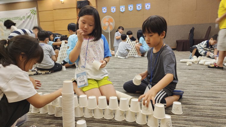 YTo0MTp7czo4OiJGaWxlTmFtZSI7czo0MDoiYTkxM2ExMTYtOGM0Ny00MTFiLThlNDMtM2ZhMTIxYTIzNDc4LmpwZyI7czoxMjoiRmlsZURhdGVUaW1lIjtpOjE3NTM3NjYyMDU7czo4OiJGaWxlU2l6ZSI7aTo1NDg4OTQ7czo4OiJGaWxlVHlwZSI7aToyO3M6ODoiTWltZVR5cGUiO3M6MTA6ImltYWdlL2pwZWciO3M6MTM6IlNlY3Rpb25zRm91bmQiO3M6MzA6IkFOWV9UQUcsIElGRDAsIFRIVU1CTkFJTCwgRVhJRiI7czo4OiJDT01QVVRFRCI7YTo4OntzOjQ6Imh0bWwiO3M6MjU6IndpZHRoPSIxMDAwIiBoZWlnaHQ9IjU2MyIiO3M6NjoiSGVpZ2h0IjtpOjU2MztzOjU6IldpZHRoIjtpOjEwMDA7czo3OiJJc0NvbG9yIjtpOjE7czoxNzoiQnl0ZU9yZGVyTW90b3JvbGEiO2k6MDtzOjE1OiJBcGVydHVyZUZOdW1iZXIiO3M6NToiZi8xLjgiO3M6MTg6IlRodW1ibmFpbC5GaWxlVHlwZSI7aToyO3M6MTg6IlRodW1ibmFpbC5NaW1lVHlwZSI7czoxMDoiaW1hZ2UvanBlZyI7fXM6NDoiTWFrZSI7czo3OiJzYW1zdW5nIjtzOjU6Ik1vZGVsIjtzOjg6IlNNLVM5MDhOIjtzOjExOiJYUmVzb2x1dGlvbiI7czo1OiIyNDAvMSI7czoxMToiWVJlc29sdXRpb24iO3M6NToiMjQwLzEiO3M6MTQ6IlJlc29sdXRpb25Vbml0IjtpOjI7czo4OiJTb2Z0d2FyZSI7czo1MDoiQWRvYmUgUGhvdG9zaG9wIExpZ2h0cm9vbSBDbGFzc2ljIDE0LjQgKE1hY2ludG9zaCkiO3M6ODoiRGF0ZVRpbWUiO3M6MTk6IjIwMjU6MDc6MjkgMTQ6MTE6NTkiO3M6MTY6IkV4aWZfSUZEX1BvaW50ZXIiO2k6MjE2O3M6OToiVEhVTUJOQUlMIjthOjY6e3M6MTE6IkNvbXByZXNzaW9uIjtpOjY7czoxMToiWFJlc29sdXRpb24iO3M6NDoiNzIvMSI7czoxMToiWVJlc29sdXRpb24iO3M6NDoiNzIvMSI7czoxNDoiUmVzb2x1dGlvblVuaXQiO2k6MjtzOjIxOiJKUEVHSW50ZXJjaGFuZ2VGb3JtYXQiO2k6Nzc4O3M6Mjc6IkpQRUdJbnRlcmNoYW5nZUZvcm1hdExlbmd0aCI7aToxNTUyNDt9czoxMjoiRXhwb3N1cmVUaW1lIjtzOjQ6IjEvNDAiO3M6NzoiRk51bWJlciI7czo1OiIxOC8xMCI7czoxNToiRXhwb3N1cmVQcm9ncmFtIjtpOjI7czoxNToiSVNPU3BlZWRSYXRpbmdzIjtpOjY0MDtzOjExOiJFeGlmVmVyc2lvbiI7czo0OiIwMjMxIjtzOjE2OiJEYXRlVGltZU9yaWdpbmFsIjtzOjE5OiIyMDI1OjA3OjI3IDE0OjU3OjU4IjtzOjE3OiJEYXRlVGltZURpZ2l0aXplZCI7czoxOToiMjAyNTowNzoyNyAxNDo1Nzo1OCI7czoxOToiVW5kZWZpbmVkVGFnOjB4OTAxMCI7czo2OiIrMDk6MDAiO3M6MTk6IlVuZGVmaW5lZFRhZzoweDkwMTEiO3M6NjoiKzA5OjAwIjtzOjE3OiJTaHV0dGVyU3BlZWRWYWx1ZSI7czoxNToiNTMyMTkyOC8xMDAwMDAwIjtzOjEzOiJBcGVydHVyZVZhbHVlIjtzOjE1OiIxNjk1OTk0LzEwMDAwMDAiO3M6MTc6IkV4cG9zdXJlQmlhc1ZhbHVlIjtzOjU6IjAvMTAwIjtzOjE2OiJNYXhBcGVydHVyZVZhbHVlIjtzOjc6IjE2OS8xMDAiO3M6MTI6Ik1ldGVyaW5nTW9kZSI7aToyO3M6NToiRmxhc2giO2k6MDtzOjExOiJGb2NhbExlbmd0aCI7czo3OiI2NDAvMTAwIjtzOjE4OiJTdWJTZWNUaW1lT3JpZ2luYWwiO3M6MzoiMDY4IjtzOjE5OiJTdWJTZWNUaW1lRGlnaXRpemVkIjtzOjM6IjA2OCI7czoxMDoiQ29sb3JTcGFjZSI7aTo2NTUzNTtzOjEyOiJFeHBvc3VyZU1vZGUiO2k6MDtzOjEyOiJXaGl0ZUJhbGFuY2UiO2k6MDtzOjE2OiJEaWdpdGFsWm9vbVJhdGlvIjtzOjc6IjEwMC8xMDAiO3M6MjE6IkZvY2FsTGVuZ3RoSW4zNW1tRmlsbSI7aToyMztzOjE2OiJTY2VuZUNhcHR1cmVUeXBlIjtpOjA7czoxOToiVW5kZWZpbmVkVGFnOjB4QTQzNCI7czo0MToiU2Ftc3VuZyBHYWxheHkgUzIyIFVsdHJhIFJlYXIgV2lkZSBDYW1lcmEiO30=