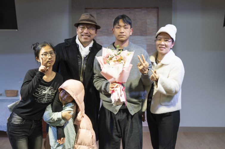 YTo1ODp7czo4OiJGaWxlTmFtZSI7czo0MDoiYWIwYTdkZWMtM2I4YS00ZDk0LWJjOTMtNmZlZGJjYWI0NTk2LmpwZyI7czoxMjoiRmlsZURhdGVUaW1lIjtpOjE3NjczMzM2NDA7czo4OiJGaWxlU2l6ZSI7aToxMTA3Njc3O3M6ODoiRmlsZVR5cGUiO2k6MjtzOjg6Ik1pbWVUeXBlIjtzOjEwOiJpbWFnZS9qcGVnIjtzOjEzOiJTZWN0aW9uc0ZvdW5kIjtzOjMwOiJBTllfVEFHLCBJRkQwLCBUSFVNQk5BSUwsIEVYSUYiO3M6ODoiQ09NUFVURUQiO2E6OTp7czo0OiJodG1sIjtzOjI2OiJ3aWR0aD0iMTc1MiIgaGVpZ2h0PSIxMTY4IiI7czo2OiJIZWlnaHQiO2k6MTE2ODtzOjU6IldpZHRoIjtpOjE3NTI7czo3OiJJc0NvbG9yIjtpOjE7czoxNzoiQnl0ZU9yZGVyTW90b3JvbGEiO2k6MDtzOjE1OiJBcGVydHVyZUZOdW1iZXIiO3M6NToiZi8yLjgiO3M6OToiQ29weXJpZ2h0IjtzOjQ6IllBQkMiO3M6MTg6IlRodW1ibmFpbC5GaWxlVHlwZSI7aToyO3M6MTg6IlRodW1ibmFpbC5NaW1lVHlwZSI7czoxMDoiaW1hZ2UvanBlZyI7fXM6NDoiTWFrZSI7czo0OiJTT05ZIjtzOjU6Ik1vZGVsIjtzOjg6IklMQ0UtN000IjtzOjExOiJYUmVzb2x1dGlvbiI7czo1OiIyNDAvMSI7czoxMToiWVJlc29sdXRpb24iO3M6NToiMjQwLzEiO3M6MTQ6IlJlc29sdXRpb25Vbml0IjtpOjI7czo4OiJTb2Z0d2FyZSI7czo1MDoiQWRvYmUgUGhvdG9zaG9wIExpZ2h0cm9vbSBDbGFzc2ljIDE1LjEgKE1hY2ludG9zaCkiO3M6ODoiRGF0ZVRpbWUiO3M6MTk6IjIwMjY6MDE6MDIgMTQ6NTY6MjEiO3M6NjoiQXJ0aXN0IjtzOjc6IllBQkNfU0ciO3M6OToiQ29weXJpZ2h0IjtzOjQ6IllBQkMiO3M6MTY6IkV4aWZfSUZEX1BvaW50ZXIiO2k6MjUyO3M6OToiVEhVTUJOQUlMIjthOjY6e3M6MTE6IkNvbXByZXNzaW9uIjtpOjY7czoxMToiWFJlc29sdXRpb24iO3M6NDoiNzIvMSI7czoxMToiWVJlc29sdXRpb24iO3M6NDoiNzIvMSI7czoxNDoiUmVzb2x1dGlvblVuaXQiO2k6MjtzOjIxOiJKUEVHSW50ZXJjaGFuZ2VGb3JtYXQiO2k6MTAzODtzOjI3OiJKUEVHSW50ZXJjaGFuZ2VGb3JtYXRMZW5ndGgiO2k6MTM4MDQ7fXM6MTI6IkV4cG9zdXJlVGltZSI7czo0OiIxLzYwIjtzOjc6IkZOdW1iZXIiO3M6NToiMjgvMTAiO3M6MTU6IkV4cG9zdXJlUHJvZ3JhbSI7aToxO3M6MTU6IklTT1NwZWVkUmF0aW5ncyI7aToxMDA7czoxOToiVW5kZWZpbmVkVGFnOjB4ODgzMCI7aToyO3M6MTk6IlVuZGVmaW5lZFRhZzoweDg4MzIiO2k6MTAwO3M6MTE6IkV4aWZWZXJzaW9uIjtzOjQ6IjAyMzIiO3M6MTY6IkRhdGVUaW1lT3JpZ2luYWwiO3M6MTk6IjIwMjU6MTI6MzEgMjI6MDE6NTgiO3M6MTc6IkRhdGVUaW1lRGlnaXRpemVkIjtzOjE5OiIyMDI1OjEyOjMxIDIyOjAxOjU4IjtzOjE5OiJVbmRlZmluZWRUYWc6MHg5MDEwIjtzOjY6IiswOTowMCI7czoxOToiVW5kZWZpbmVkVGFnOjB4OTAxMSI7czo2OiIrMDk6MDAiO3M6MTk6IlVuZGVmaW5lZFRhZzoweDkwMTIiO3M6NjoiKzA5OjAwIjtzOjE3OiJTaHV0dGVyU3BlZWRWYWx1ZSI7czoxNToiNTkwNjg5MS8xMDAwMDAwIjtzOjEzOiJBcGVydHVyZVZhbHVlIjtzOjE1OiIyOTcwODU0LzEwMDAwMDAiO3M6MTU6IkJyaWdodG5lc3NWYWx1ZSI7czo5OiI5NjQ0LzI1NjAiO3M6MTc6IkV4cG9zdXJlQmlhc1ZhbHVlIjtzOjQ6IjAvMTAiO3M6MTY6Ik1heEFwZXJ0dXJlVmFsdWUiO3M6NzoiNzYwLzI1NiI7czoxMjoiTWV0ZXJpbmdNb2RlIjtpOjU7czoxMToiTGlnaHRTb3VyY2UiO2k6MDtzOjU6IkZsYXNoIjtpOjE2O3M6MTE6IkZvY2FsTGVuZ3RoIjtzOjY6IjQ1MC8xMCI7czoxODoiU3ViU2VjVGltZU9yaWdpbmFsIjtzOjM6IjYxNSI7czoxOToiU3ViU2VjVGltZURpZ2l0aXplZCI7czozOiI2MTUiO3M6MTA6IkNvbG9yU3BhY2UiO2k6NjU1MzU7czoyMToiRm9jYWxQbGFuZVhSZXNvbHV0aW9uIjtzOjE0OiI2NDQ0OTMzOS8zMjc2OCI7czoyMToiRm9jYWxQbGFuZVlSZXNvbHV0aW9uIjtzOjE0OiI2NDQ0OTMzOS8zMjc2OCI7czoyNDoiRm9jYWxQbGFuZVJlc29sdXRpb25Vbml0IjtpOjM7czoxMDoiRmlsZVNvdXJjZSI7czoxOiIDIjtzOjk6IlNjZW5lVHlwZSI7czoxOiIBIjtzOjE0OiJDdXN0b21SZW5kZXJlZCI7aTowO3M6MTI6IkV4cG9zdXJlTW9kZSI7aToxO3M6MTI6IldoaXRlQmFsYW5jZSI7aTowO3M6MTY6IkRpZ2l0YWxab29tUmF0aW8iO3M6NToiMTYvMTYiO3M6MjE6IkZvY2FsTGVuZ3RoSW4zNW1tRmlsbSI7aTo0NTtzOjE2OiJTY2VuZUNhcHR1cmVUeXBlIjtpOjA7czo4OiJDb250cmFzdCI7aTowO3M6MTA6IlNhdHVyYXRpb24iO2k6MDtzOjk6IlNoYXJwbmVzcyI7aTowO3M6MTk6IlVuZGVmaW5lZFRhZzoweEE0MzIiO2E6NDp7aTowO3M6NjoiMjQwLzEwIjtpOjE7czo2OiI3MDAvMTAiO2k6MjtzOjU6IjI4LzEwIjtpOjM7czo1OiIyOC8xMCI7fXM6MTk6IlVuZGVmaW5lZFRhZzoweEE0MzQiO3M6MjE6IkZFIDI0LTcwbW0gRjIuOCBHTSBJSSI7fQ==