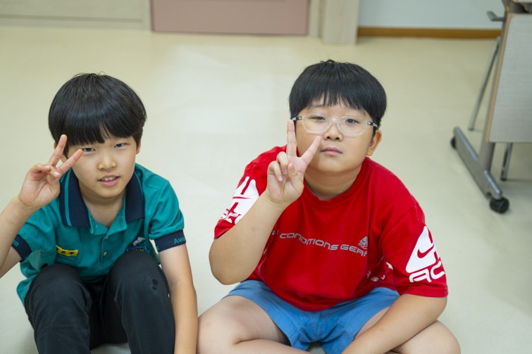 YTo1ODp7czo4OiJGaWxlTmFtZSI7czo0MDoiYWVhYzA5YmEtZWQ4Ni00YzhmLTk5NzItNjk0ZTU4ZGUwMjA4LmpwZyI7czoxMjoiRmlsZURhdGVUaW1lIjtpOjE3NTc4MjAxODI7czo4OiJGaWxlU2l6ZSI7aToxMTkzMTU1O3M6ODoiRmlsZVR5cGUiO2k6MjtzOjg6Ik1pbWVUeXBlIjtzOjEwOiJpbWFnZS9qcGVnIjtzOjEzOiJTZWN0aW9uc0ZvdW5kIjtzOjMwOiJBTllfVEFHLCBJRkQwLCBUSFVNQk5BSUwsIEVYSUYiO3M6ODoiQ09NUFVURUQiO2E6OTp7czo0OiJodG1sIjtzOjI2OiJ3aWR0aD0iMTc1MiIgaGVpZ2h0PSIxMTY4IiI7czo2OiJIZWlnaHQiO2k6MTE2ODtzOjU6IldpZHRoIjtpOjE3NTI7czo3OiJJc0NvbG9yIjtpOjE7czoxNzoiQnl0ZU9yZGVyTW90b3JvbGEiO2k6MDtzOjE1OiJBcGVydHVyZUZOdW1iZXIiO3M6NToiZi8yLjgiO3M6OToiQ29weXJpZ2h0IjtzOjQ6IllBQkMiO3M6MTg6IlRodW1ibmFpbC5GaWxlVHlwZSI7aToyO3M6MTg6IlRodW1ibmFpbC5NaW1lVHlwZSI7czoxMDoiaW1hZ2UvanBlZyI7fXM6NDoiTWFrZSI7czo0OiJTT05ZIjtzOjU6Ik1vZGVsIjtzOjg6IklMQ0UtN000IjtzOjExOiJYUmVzb2x1dGlvbiI7czo1OiIyNDAvMSI7czoxMToiWVJlc29sdXRpb24iO3M6NToiMjQwLzEiO3M6MTQ6IlJlc29sdXRpb25Vbml0IjtpOjI7czo4OiJTb2Z0d2FyZSI7czo1MjoiQWRvYmUgUGhvdG9zaG9wIExpZ2h0cm9vbSBDbGFzc2ljIDE0LjUuMSAoTWFjaW50b3NoKSI7czo4OiJEYXRlVGltZSI7czoxOToiMjAyNTowOToxNCAxMjoyMToyMyI7czo2OiJBcnRpc3QiO3M6NzoiWUFCQ19TRyI7czo5OiJDb3B5cmlnaHQiO3M6NDoiWUFCQyI7czoxNjoiRXhpZl9JRkRfUG9pbnRlciI7aToyNTQ7czo5OiJUSFVNQk5BSUwiO2E6Njp7czoxMToiQ29tcHJlc3Npb24iO2k6NjtzOjExOiJYUmVzb2x1dGlvbiI7czo0OiI3Mi8xIjtzOjExOiJZUmVzb2x1dGlvbiI7czo0OiI3Mi8xIjtzOjE0OiJSZXNvbHV0aW9uVW5pdCI7aToyO3M6MjE6IkpQRUdJbnRlcmNoYW5nZUZvcm1hdCI7aToxMDQwO3M6Mjc6IkpQRUdJbnRlcmNoYW5nZUZvcm1hdExlbmd0aCI7aToxMzcxODt9czoxMjoiRXhwb3N1cmVUaW1lIjtzOjU6IjEvMjUwIjtzOjc6IkZOdW1iZXIiO3M6NToiMjgvMTAiO3M6MTU6IkV4cG9zdXJlUHJvZ3JhbSI7aToxO3M6MTU6IklTT1NwZWVkUmF0aW5ncyI7aTo2NDA7czoxOToiVW5kZWZpbmVkVGFnOjB4ODgzMCI7aToyO3M6MTk6IlVuZGVmaW5lZFRhZzoweDg4MzIiO2k6NjQwO3M6MTE6IkV4aWZWZXJzaW9uIjtzOjQ6IjAyMzIiO3M6MTY6IkRhdGVUaW1lT3JpZ2luYWwiO3M6MTk6IjIwMjU6MDk6MTMgMTE6MDg6MDUiO3M6MTc6IkRhdGVUaW1lRGlnaXRpemVkIjtzOjE5OiIyMDI1OjA5OjEzIDExOjA4OjA1IjtzOjE5OiJVbmRlZmluZWRUYWc6MHg5MDEwIjtzOjY6IiswOTowMCI7czoxOToiVW5kZWZpbmVkVGFnOjB4OTAxMSI7czo2OiIrMDk6MDAiO3M6MTk6IlVuZGVmaW5lZFRhZzoweDkwMTIiO3M6NjoiKzA5OjAwIjtzOjE3OiJTaHV0dGVyU3BlZWRWYWx1ZSI7czoxNToiNzk2NTc4NC8xMDAwMDAwIjtzOjEzOiJBcGVydHVyZVZhbHVlIjtzOjE1OiIyOTcwODU0LzEwMDAwMDAiO3M6MTU6IkJyaWdodG5lc3NWYWx1ZSI7czo5OiI3NTM0LzI1NjAiO3M6MTc6IkV4cG9zdXJlQmlhc1ZhbHVlIjtzOjQ6IjAvMTAiO3M6MTY6Ik1heEFwZXJ0dXJlVmFsdWUiO3M6NzoiNzYwLzI1NiI7czoxMjoiTWV0ZXJpbmdNb2RlIjtpOjU7czoxMToiTGlnaHRTb3VyY2UiO2k6MDtzOjU6IkZsYXNoIjtpOjEzO3M6MTE6IkZvY2FsTGVuZ3RoIjtzOjY6IjQ1MC8xMCI7czoxODoiU3ViU2VjVGltZU9yaWdpbmFsIjtzOjM6IjQ4MSI7czoxOToiU3ViU2VjVGltZURpZ2l0aXplZCI7czozOiI0ODEiO3M6MTA6IkNvbG9yU3BhY2UiO2k6NjU1MzU7czoyMToiRm9jYWxQbGFuZVhSZXNvbHV0aW9uIjtzOjE0OiI2NDQ0OTMzOS8zMjc2OCI7czoyMToiRm9jYWxQbGFuZVlSZXNvbHV0aW9uIjtzOjE0OiI2NDQ0OTMzOS8zMjc2OCI7czoyNDoiRm9jYWxQbGFuZVJlc29sdXRpb25Vbml0IjtpOjM7czoxMDoiRmlsZVNvdXJjZSI7czoxOiIDIjtzOjk6IlNjZW5lVHlwZSI7czoxOiIBIjtzOjE0OiJDdXN0b21SZW5kZXJlZCI7aTowO3M6MTI6IkV4cG9zdXJlTW9kZSI7aToxO3M6MTI6IldoaXRlQmFsYW5jZSI7aToxO3M6MTY6IkRpZ2l0YWxab29tUmF0aW8iO3M6NToiMTYvMTYiO3M6MjE6IkZvY2FsTGVuZ3RoSW4zNW1tRmlsbSI7aTo0NTtzOjE2OiJTY2VuZUNhcHR1cmVUeXBlIjtpOjA7czo4OiJDb250cmFzdCI7aTowO3M6MTA6IlNhdHVyYXRpb24iO2k6MDtzOjk6IlNoYXJwbmVzcyI7aTowO3M6MTk6IlVuZGVmaW5lZFRhZzoweEE0MzIiO2E6NDp7aTowO3M6NjoiMjQwLzEwIjtpOjE7czo2OiI3MDAvMTAiO2k6MjtzOjU6IjI4LzEwIjtpOjM7czo1OiIyOC8xMCI7fXM6MTk6IlVuZGVmaW5lZFRhZzoweEE0MzQiO3M6MjE6IkZFIDI0LTcwbW0gRjIuOCBHTSBJSSI7fQ==