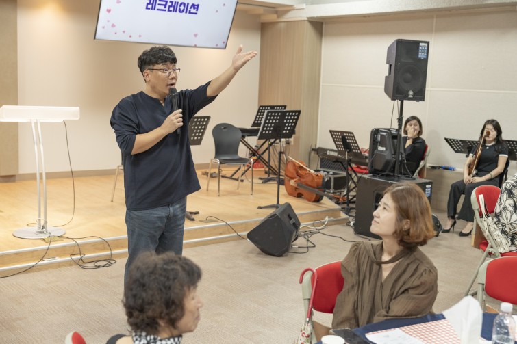 YTo1ODp7czo4OiJGaWxlTmFtZSI7czo0MDoiYjE3NTkwMTEtOWY4Ny00N2U0LThhYjktZWVkY2EwY2RmOGM5LmpwZyI7czoxMjoiRmlsZURhdGVUaW1lIjtpOjE3NTkyOTgzMTE7czo4OiJGaWxlU2l6ZSI7aToxMjM2NTQ0O3M6ODoiRmlsZVR5cGUiO2k6MjtzOjg6Ik1pbWVUeXBlIjtzOjEwOiJpbWFnZS9qcGVnIjtzOjEzOiJTZWN0aW9uc0ZvdW5kIjtzOjMwOiJBTllfVEFHLCBJRkQwLCBUSFVNQk5BSUwsIEVYSUYiO3M6ODoiQ09NUFVURUQiO2E6OTp7czo0OiJodG1sIjtzOjI2OiJ3aWR0aD0iMTc1MiIgaGVpZ2h0PSIxMTY4IiI7czo2OiJIZWlnaHQiO2k6MTE2ODtzOjU6IldpZHRoIjtpOjE3NTI7czo3OiJJc0NvbG9yIjtpOjE7czoxNzoiQnl0ZU9yZGVyTW90b3JvbGEiO2k6MDtzOjE1OiJBcGVydHVyZUZOdW1iZXIiO3M6NToiZi80LjAiO3M6OToiQ29weXJpZ2h0IjtzOjQ6IllBQkMiO3M6MTg6IlRodW1ibmFpbC5GaWxlVHlwZSI7aToyO3M6MTg6IlRodW1ibmFpbC5NaW1lVHlwZSI7czoxMDoiaW1hZ2UvanBlZyI7fXM6NDoiTWFrZSI7czo0OiJTT05ZIjtzOjU6Ik1vZGVsIjtzOjg6IklMQ0UtN000IjtzOjExOiJYUmVzb2x1dGlvbiI7czo1OiIyNDAvMSI7czoxMToiWVJlc29sdXRpb24iO3M6NToiMjQwLzEiO3M6MTQ6IlJlc29sdXRpb25Vbml0IjtpOjI7czo4OiJTb2Z0d2FyZSI7czo1MjoiQWRvYmUgUGhvdG9zaG9wIExpZ2h0cm9vbSBDbGFzc2ljIDE0LjUuMSAoTWFjaW50b3NoKSI7czo4OiJEYXRlVGltZSI7czoxOToiMjAyNTowOTozMCAxMDoxNTozMyI7czo2OiJBcnRpc3QiO3M6NzoiWUFCQ19TRyI7czo5OiJDb3B5cmlnaHQiO3M6NDoiWUFCQyI7czoxNjoiRXhpZl9JRkRfUG9pbnRlciI7aToyNTQ7czo5OiJUSFVNQk5BSUwiO2E6Njp7czoxMToiQ29tcHJlc3Npb24iO2k6NjtzOjExOiJYUmVzb2x1dGlvbiI7czo0OiI3Mi8xIjtzOjExOiJZUmVzb2x1dGlvbiI7czo0OiI3Mi8xIjtzOjE0OiJSZXNvbHV0aW9uVW5pdCI7aToyO3M6MjE6IkpQRUdJbnRlcmNoYW5nZUZvcm1hdCI7aToxMDQwO3M6Mjc6IkpQRUdJbnRlcmNoYW5nZUZvcm1hdExlbmd0aCI7aToxNTMyMDt9czoxMjoiRXhwb3N1cmVUaW1lIjtzOjQ6IjEvNjAiO3M6NzoiRk51bWJlciI7czozOiI0LzEiO3M6MTU6IkV4cG9zdXJlUHJvZ3JhbSI7aToxO3M6MTU6IklTT1NwZWVkUmF0aW5ncyI7aTo1MDA7czoxOToiVW5kZWZpbmVkVGFnOjB4ODgzMCI7aToyO3M6MTk6IlVuZGVmaW5lZFRhZzoweDg4MzIiO2k6NTAwO3M6MTE6IkV4aWZWZXJzaW9uIjtzOjQ6IjAyMzIiO3M6MTY6IkRhdGVUaW1lT3JpZ2luYWwiO3M6MTk6IjIwMjU6MDk6MjggMTM6MjM6NDQiO3M6MTc6IkRhdGVUaW1lRGlnaXRpemVkIjtzOjE5OiIyMDI1OjA5OjI4IDEzOjIzOjQ0IjtzOjE5OiJVbmRlZmluZWRUYWc6MHg5MDEwIjtzOjY6IiswOTowMCI7czoxOToiVW5kZWZpbmVkVGFnOjB4OTAxMSI7czo2OiIrMDk6MDAiO3M6MTk6IlVuZGVmaW5lZFRhZzoweDkwMTIiO3M6NjoiKzA5OjAwIjtzOjE3OiJTaHV0dGVyU3BlZWRWYWx1ZSI7czoxNToiNTkwNjg5MS8xMDAwMDAwIjtzOjEzOiJBcGVydHVyZVZhbHVlIjtzOjM6IjQvMSI7czoxNToiQnJpZ2h0bmVzc1ZhbHVlIjtzOjk6IjYwNTQvMjU2MCI7czoxNzoiRXhwb3N1cmVCaWFzVmFsdWUiO3M6NDoiMC8xMCI7czoxNjoiTWF4QXBlcnR1cmVWYWx1ZSI7czo3OiI3NjAvMjU2IjtzOjEyOiJNZXRlcmluZ01vZGUiO2k6NTtzOjExOiJMaWdodFNvdXJjZSI7aToyNTU7czo1OiJGbGFzaCI7aToxMztzOjExOiJGb2NhbExlbmd0aCI7czo2OiI0NjAvMTAiO3M6MTg6IlN1YlNlY1RpbWVPcmlnaW5hbCI7czozOiIxODgiO3M6MTk6IlN1YlNlY1RpbWVEaWdpdGl6ZWQiO3M6MzoiMTg4IjtzOjEwOiJDb2xvclNwYWNlIjtpOjY1NTM1O3M6MjE6IkZvY2FsUGxhbmVYUmVzb2x1dGlvbiI7czoxNDoiNjQ0NDkzMzkvMzI3NjgiO3M6MjE6IkZvY2FsUGxhbmVZUmVzb2x1dGlvbiI7czoxNDoiNjQ0NDkzMzkvMzI3NjgiO3M6MjQ6IkZvY2FsUGxhbmVSZXNvbHV0aW9uVW5pdCI7aTozO3M6MTA6IkZpbGVTb3VyY2UiO3M6MToiAyI7czo5OiJTY2VuZVR5cGUiO3M6MToiASI7czoxNDoiQ3VzdG9tUmVuZGVyZWQiO2k6MDtzOjEyOiJFeHBvc3VyZU1vZGUiO2k6MTtzOjEyOiJXaGl0ZUJhbGFuY2UiO2k6MTtzOjE2OiJEaWdpdGFsWm9vbVJhdGlvIjtzOjU6IjE2LzE2IjtzOjIxOiJGb2NhbExlbmd0aEluMzVtbUZpbG0iO2k6NDY7czoxNjoiU2NlbmVDYXB0dXJlVHlwZSI7aTowO3M6ODoiQ29udHJhc3QiO2k6MDtzOjEwOiJTYXR1cmF0aW9uIjtpOjA7czo5OiJTaGFycG5lc3MiO2k6MDtzOjE5OiJVbmRlZmluZWRUYWc6MHhBNDMyIjthOjQ6e2k6MDtzOjY6IjI0MC8xMCI7aToxO3M6NjoiNzAwLzEwIjtpOjI7czo1OiIyOC8xMCI7aTozO3M6NToiMjgvMTAiO31zOjE5OiJVbmRlZmluZWRUYWc6MHhBNDM0IjtzOjIxOiJGRSAyNC03MG1tIEYyLjggR00gSUkiO30=