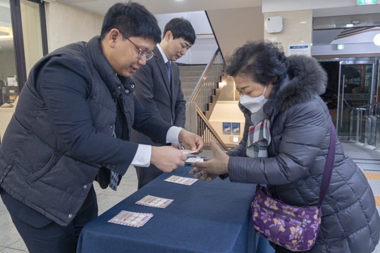 YTo1ODp7czo4OiJGaWxlTmFtZSI7czo0MDoiYjIyN2Y3MDEtZDFlZS00MWI5LWEzY2UtZGE2YTMzMmFiZDVmLmpwZyI7czoxMjoiRmlsZURhdGVUaW1lIjtpOjE3Njc0Mjk5NDM7czo4OiJGaWxlU2l6ZSI7aToxMDU5NDM5O3M6ODoiRmlsZVR5cGUiO2k6MjtzOjg6Ik1pbWVUeXBlIjtzOjEwOiJpbWFnZS9qcGVnIjtzOjEzOiJTZWN0aW9uc0ZvdW5kIjtzOjMwOiJBTllfVEFHLCBJRkQwLCBUSFVNQk5BSUwsIEVYSUYiO3M6ODoiQ09NUFVURUQiO2E6OTp7czo0OiJodG1sIjtzOjI2OiJ3aWR0aD0iMTUzMiIgaGVpZ2h0PSIxMDIxIiI7czo2OiJIZWlnaHQiO2k6MTAyMTtzOjU6IldpZHRoIjtpOjE1MzI7czo3OiJJc0NvbG9yIjtpOjE7czoxNzoiQnl0ZU9yZGVyTW90b3JvbGEiO2k6MDtzOjE1OiJBcGVydHVyZUZOdW1iZXIiO3M6NToiZi80LjAiO3M6OToiQ29weXJpZ2h0IjtzOjQ6IllBQkMiO3M6MTg6IlRodW1ibmFpbC5GaWxlVHlwZSI7aToyO3M6MTg6IlRodW1ibmFpbC5NaW1lVHlwZSI7czoxMDoiaW1hZ2UvanBlZyI7fXM6NDoiTWFrZSI7czo0OiJTT05ZIjtzOjU6Ik1vZGVsIjtzOjg6IklMQ0UtN000IjtzOjExOiJYUmVzb2x1dGlvbiI7czo1OiIyNDAvMSI7czoxMToiWVJlc29sdXRpb24iO3M6NToiMjQwLzEiO3M6MTQ6IlJlc29sdXRpb25Vbml0IjtpOjI7czo4OiJTb2Z0d2FyZSI7czo1MDoiQWRvYmUgUGhvdG9zaG9wIExpZ2h0cm9vbSBDbGFzc2ljIDE1LjEgKE1hY2ludG9zaCkiO3M6ODoiRGF0ZVRpbWUiO3M6MTk6IjIwMjY6MDE6MDMgMTc6MDk6NTMiO3M6NjoiQXJ0aXN0IjtzOjc6IllBQkNfU0ciO3M6OToiQ29weXJpZ2h0IjtzOjQ6IllBQkMiO3M6MTY6IkV4aWZfSUZEX1BvaW50ZXIiO2k6MjUyO3M6OToiVEhVTUJOQUlMIjthOjY6e3M6MTE6IkNvbXByZXNzaW9uIjtpOjY7czoxMToiWFJlc29sdXRpb24iO3M6NDoiNzIvMSI7czoxMToiWVJlc29sdXRpb24iO3M6NDoiNzIvMSI7czoxNDoiUmVzb2x1dGlvblVuaXQiO2k6MjtzOjIxOiJKUEVHSW50ZXJjaGFuZ2VGb3JtYXQiO2k6MTAzODtzOjI3OiJKUEVHSW50ZXJjaGFuZ2VGb3JtYXRMZW5ndGgiO2k6MTUyMjY7fXM6MTI6IkV4cG9zdXJlVGltZSI7czo0OiIxLzYwIjtzOjc6IkZOdW1iZXIiO3M6MzoiNC8xIjtzOjE1OiJFeHBvc3VyZVByb2dyYW0iO2k6MTtzOjE1OiJJU09TcGVlZFJhdGluZ3MiO2k6NTAwO3M6MTk6IlVuZGVmaW5lZFRhZzoweDg4MzAiO2k6MjtzOjE5OiJVbmRlZmluZWRUYWc6MHg4ODMyIjtpOjUwMDtzOjExOiJFeGlmVmVyc2lvbiI7czo0OiIwMjMyIjtzOjE2OiJEYXRlVGltZU9yaWdpbmFsIjtzOjE5OiIyMDI2OjAxOjAyIDA1OjM5OjU1IjtzOjE3OiJEYXRlVGltZURpZ2l0aXplZCI7czoxOToiMjAyNjowMTowMiAwNTozOTo1NSI7czoxOToiVW5kZWZpbmVkVGFnOjB4OTAxMCI7czo2OiIrMDk6MDAiO3M6MTk6IlVuZGVmaW5lZFRhZzoweDkwMTEiO3M6NjoiKzA5OjAwIjtzOjE5OiJVbmRlZmluZWRUYWc6MHg5MDEyIjtzOjY6IiswOTowMCI7czoxNzoiU2h1dHRlclNwZWVkVmFsdWUiO3M6MTU6IjU5MDY4OTEvMTAwMDAwMCI7czoxMzoiQXBlcnR1cmVWYWx1ZSI7czozOiI0LzEiO3M6MTU6IkJyaWdodG5lc3NWYWx1ZSI7czo5OiIzMTM0LzI1NjAiO3M6MTc6IkV4cG9zdXJlQmlhc1ZhbHVlIjtzOjQ6IjAvMTAiO3M6MTY6Ik1heEFwZXJ0dXJlVmFsdWUiO3M6NzoiNzYwLzI1NiI7czoxMjoiTWV0ZXJpbmdNb2RlIjtpOjU7czoxMToiTGlnaHRTb3VyY2UiO2k6MDtzOjU6IkZsYXNoIjtpOjE2O3M6MTE6IkZvY2FsTGVuZ3RoIjtzOjY6IjI0MC8xMCI7czoxODoiU3ViU2VjVGltZU9yaWdpbmFsIjtzOjM6IjA5MCI7czoxOToiU3ViU2VjVGltZURpZ2l0aXplZCI7czozOiIwOTAiO3M6MTA6IkNvbG9yU3BhY2UiO2k6NjU1MzU7czoyMToiRm9jYWxQbGFuZVhSZXNvbHV0aW9uIjtzOjE0OiI2NDQ0OTMzOS8zMjc2OCI7czoyMToiRm9jYWxQbGFuZVlSZXNvbHV0aW9uIjtzOjE0OiI2NDQ0OTMzOS8zMjc2OCI7czoyNDoiRm9jYWxQbGFuZVJlc29sdXRpb25Vbml0IjtpOjM7czoxMDoiRmlsZVNvdXJjZSI7czoxOiIDIjtzOjk6IlNjZW5lVHlwZSI7czoxOiIBIjtzOjE0OiJDdXN0b21SZW5kZXJlZCI7aTowO3M6MTI6IkV4cG9zdXJlTW9kZSI7aToxO3M6MTI6IldoaXRlQmFsYW5jZSI7aTowO3M6MTY6IkRpZ2l0YWxab29tUmF0aW8iO3M6NToiMTYvMTYiO3M6MjE6IkZvY2FsTGVuZ3RoSW4zNW1tRmlsbSI7aToyNDtzOjE2OiJTY2VuZUNhcHR1cmVUeXBlIjtpOjA7czo4OiJDb250cmFzdCI7aTowO3M6MTA6IlNhdHVyYXRpb24iO2k6MDtzOjk6IlNoYXJwbmVzcyI7aTowO3M6MTk6IlVuZGVmaW5lZFRhZzoweEE0MzIiO2E6NDp7aTowO3M6NjoiMjQwLzEwIjtpOjE7czo2OiI3MDAvMTAiO2k6MjtzOjU6IjI4LzEwIjtpOjM7czo1OiIyOC8xMCI7fXM6MTk6IlVuZGVmaW5lZFRhZzoweEE0MzQiO3M6MjE6IkZFIDI0LTcwbW0gRjIuOCBHTSBJSSI7fQ==