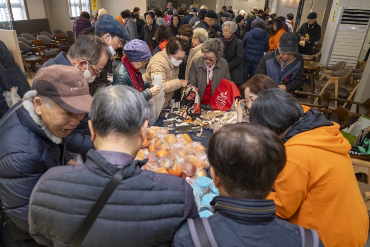 YTo1ODp7czo4OiJGaWxlTmFtZSI7czo0MDoiYjMzMDdlMTUtYWVmMi00YzlhLWE1MmMtNjc5OGM2ZTM3MDNhLmpwZyI7czoxMjoiRmlsZURhdGVUaW1lIjtpOjE3NjQzMTg1ODI7czo4OiJGaWxlU2l6ZSI7aToxNjA1ODA2O3M6ODoiRmlsZVR5cGUiO2k6MjtzOjg6Ik1pbWVUeXBlIjtzOjEwOiJpbWFnZS9qcGVnIjtzOjEzOiJTZWN0aW9uc0ZvdW5kIjtzOjMwOiJBTllfVEFHLCBJRkQwLCBUSFVNQk5BSUwsIEVYSUYiO3M6ODoiQ09NUFVURUQiO2E6OTp7czo0OiJodG1sIjtzOjI2OiJ3aWR0aD0iMTc0MyIgaGVpZ2h0PSIxMTYyIiI7czo2OiJIZWlnaHQiO2k6MTE2MjtzOjU6IldpZHRoIjtpOjE3NDM7czo3OiJJc0NvbG9yIjtpOjE7czoxNzoiQnl0ZU9yZGVyTW90b3JvbGEiO2k6MDtzOjE1OiJBcGVydHVyZUZOdW1iZXIiO3M6NToiZi80LjAiO3M6OToiQ29weXJpZ2h0IjtzOjQ6IllBQkMiO3M6MTg6IlRodW1ibmFpbC5GaWxlVHlwZSI7aToyO3M6MTg6IlRodW1ibmFpbC5NaW1lVHlwZSI7czoxMDoiaW1hZ2UvanBlZyI7fXM6NDoiTWFrZSI7czo0OiJTT05ZIjtzOjU6Ik1vZGVsIjtzOjg6IklMQ0UtN000IjtzOjExOiJYUmVzb2x1dGlvbiI7czo1OiIyNDAvMSI7czoxMToiWVJlc29sdXRpb24iO3M6NToiMjQwLzEiO3M6MTQ6IlJlc29sdXRpb25Vbml0IjtpOjI7czo4OiJTb2Z0d2FyZSI7czo1MjoiQWRvYmUgUGhvdG9zaG9wIExpZ2h0cm9vbSBDbGFzc2ljIDE1LjAuMSAoTWFjaW50b3NoKSI7czo4OiJEYXRlVGltZSI7czoxOToiMjAyNToxMToyOCAxNzowMjoyOCI7czo2OiJBcnRpc3QiO3M6NzoiWUFCQ19TRyI7czo5OiJDb3B5cmlnaHQiO3M6NDoiWUFCQyI7czoxNjoiRXhpZl9JRkRfUG9pbnRlciI7aToyNTQ7czo5OiJUSFVNQk5BSUwiO2E6Njp7czoxMToiQ29tcHJlc3Npb24iO2k6NjtzOjExOiJYUmVzb2x1dGlvbiI7czo0OiI3Mi8xIjtzOjExOiJZUmVzb2x1dGlvbiI7czo0OiI3Mi8xIjtzOjE0OiJSZXNvbHV0aW9uVW5pdCI7aToyO3M6MjE6IkpQRUdJbnRlcmNoYW5nZUZvcm1hdCI7aToxMDQwO3M6Mjc6IkpQRUdJbnRlcmNoYW5nZUZvcm1hdExlbmd0aCI7aToxOTMyMzt9czoxMjoiRXhwb3N1cmVUaW1lIjtzOjU6IjEvMjAwIjtzOjc6IkZOdW1iZXIiO3M6MzoiNC8xIjtzOjE1OiJFeHBvc3VyZVByb2dyYW0iO2k6MTtzOjE1OiJJU09TcGVlZFJhdGluZ3MiO2k6MzIwO3M6MTk6IlVuZGVmaW5lZFRhZzoweDg4MzAiO2k6MjtzOjE5OiJVbmRlZmluZWRUYWc6MHg4ODMyIjtpOjMyMDtzOjExOiJFeGlmVmVyc2lvbiI7czo0OiIwMjMyIjtzOjE2OiJEYXRlVGltZU9yaWdpbmFsIjtzOjE5OiIyMDI1OjExOjI4IDEyOjAxOjM5IjtzOjE3OiJEYXRlVGltZURpZ2l0aXplZCI7czoxOToiMjAyNToxMToyOCAxMjowMTozOSI7czoxOToiVW5kZWZpbmVkVGFnOjB4OTAxMCI7czo2OiIrMDk6MDAiO3M6MTk6IlVuZGVmaW5lZFRhZzoweDkwMTEiO3M6NjoiKzA5OjAwIjtzOjE5OiJVbmRlZmluZWRUYWc6MHg5MDEyIjtzOjY6IiswOTowMCI7czoxNzoiU2h1dHRlclNwZWVkVmFsdWUiO3M6MTU6Ijc2NDM4NTYvMTAwMDAwMCI7czoxMzoiQXBlcnR1cmVWYWx1ZSI7czozOiI0LzEiO3M6MTU6IkJyaWdodG5lc3NWYWx1ZSI7czo5OiIxNzI0LzI1NjAiO3M6MTc6IkV4cG9zdXJlQmlhc1ZhbHVlIjtzOjQ6IjAvMTAiO3M6MTY6Ik1heEFwZXJ0dXJlVmFsdWUiO3M6ODoiMTAyNC8yNTYiO3M6MTI6Ik1ldGVyaW5nTW9kZSI7aTo1O3M6MTE6IkxpZ2h0U291cmNlIjtpOjA7czo1OiJGbGFzaCI7aToxMztzOjExOiJGb2NhbExlbmd0aCI7czo2OiIyNDAvMTAiO3M6MTg6IlN1YlNlY1RpbWVPcmlnaW5hbCI7czozOiIzNTAiO3M6MTk6IlN1YlNlY1RpbWVEaWdpdGl6ZWQiO3M6MzoiMzUwIjtzOjEwOiJDb2xvclNwYWNlIjtpOjY1NTM1O3M6MjE6IkZvY2FsUGxhbmVYUmVzb2x1dGlvbiI7czoxNDoiNjQ0NDkzMzkvMzI3NjgiO3M6MjE6IkZvY2FsUGxhbmVZUmVzb2x1dGlvbiI7czoxNDoiNjQ0NDkzMzkvMzI3NjgiO3M6MjQ6IkZvY2FsUGxhbmVSZXNvbHV0aW9uVW5pdCI7aTozO3M6MTA6IkZpbGVTb3VyY2UiO3M6MToiAyI7czo5OiJTY2VuZVR5cGUiO3M6MToiASI7czoxNDoiQ3VzdG9tUmVuZGVyZWQiO2k6MDtzOjEyOiJFeHBvc3VyZU1vZGUiO2k6MTtzOjEyOiJXaGl0ZUJhbGFuY2UiO2k6MTtzOjE2OiJEaWdpdGFsWm9vbVJhdGlvIjtzOjU6IjE2LzE2IjtzOjIxOiJGb2NhbExlbmd0aEluMzVtbUZpbG0iO2k6MjQ7czoxNjoiU2NlbmVDYXB0dXJlVHlwZSI7aTowO3M6ODoiQ29udHJhc3QiO2k6MDtzOjEwOiJTYXR1cmF0aW9uIjtpOjA7czo5OiJTaGFycG5lc3MiO2k6MDtzOjE5OiJVbmRlZmluZWRUYWc6MHhBNDMyIjthOjQ6e2k6MDtzOjY6IjI0MC8xMCI7aToxO3M6NzoiMTA1MC8xMCI7aToyO3M6NToiNDAvMTAiO2k6MztzOjU6IjQwLzEwIjt9czoxOToiVW5kZWZpbmVkVGFnOjB4QTQzNCI7czoyMDoiRkUgMjQtMTA1bW0gRjQgRyBPU1MiO30=