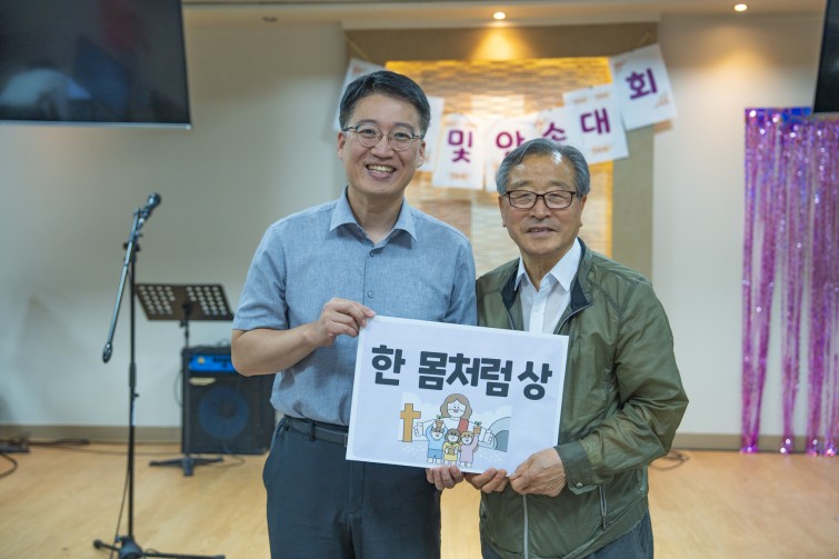 YTo1ODp7czo4OiJGaWxlTmFtZSI7czo0MDoiYjVhMWMwMjYtNjc2Ni00YjJkLWIxZGQtMDZkYmY5NGVhMjYyLmpwZyI7czoxMjoiRmlsZURhdGVUaW1lIjtpOjE3NTEwMDAzNDc7czo4OiJGaWxlU2l6ZSI7aToxMjcxNDkwO3M6ODoiRmlsZVR5cGUiO2k6MjtzOjg6Ik1pbWVUeXBlIjtzOjEwOiJpbWFnZS9qcGVnIjtzOjEzOiJTZWN0aW9uc0ZvdW5kIjtzOjMwOiJBTllfVEFHLCBJRkQwLCBUSFVNQk5BSUwsIEVYSUYiO3M6ODoiQ09NUFVURUQiO2E6OTp7czo0OiJodG1sIjtzOjI2OiJ3aWR0aD0iMTc1MiIgaGVpZ2h0PSIxMTY4IiI7czo2OiJIZWlnaHQiO2k6MTE2ODtzOjU6IldpZHRoIjtpOjE3NTI7czo3OiJJc0NvbG9yIjtpOjE7czoxNzoiQnl0ZU9yZGVyTW90b3JvbGEiO2k6MDtzOjE1OiJBcGVydHVyZUZOdW1iZXIiO3M6NToiZi8yLjgiO3M6OToiQ29weXJpZ2h0IjtzOjQ6IllBQkMiO3M6MTg6IlRodW1ibmFpbC5GaWxlVHlwZSI7aToyO3M6MTg6IlRodW1ibmFpbC5NaW1lVHlwZSI7czoxMDoiaW1hZ2UvanBlZyI7fXM6NDoiTWFrZSI7czo0OiJTT05ZIjtzOjU6Ik1vZGVsIjtzOjg6IklMQ0UtN000IjtzOjExOiJYUmVzb2x1dGlvbiI7czo1OiIyNDAvMSI7czoxMToiWVJlc29sdXRpb24iO3M6NToiMjQwLzEiO3M6MTQ6IlJlc29sdXRpb25Vbml0IjtpOjI7czo4OiJTb2Z0d2FyZSI7czo1MDoiQWRvYmUgUGhvdG9zaG9wIExpZ2h0cm9vbSBDbGFzc2ljIDE0LjQgKE1hY2ludG9zaCkiO3M6ODoiRGF0ZVRpbWUiO3M6MTk6IjIwMjU6MDY6MjcgMTM6NTY6MzYiO3M6NjoiQXJ0aXN0IjtzOjc6IllBQkNfU0ciO3M6OToiQ29weXJpZ2h0IjtzOjQ6IllBQkMiO3M6MTY6IkV4aWZfSUZEX1BvaW50ZXIiO2k6MjUyO3M6OToiVEhVTUJOQUlMIjthOjY6e3M6MTE6IkNvbXByZXNzaW9uIjtpOjY7czoxMToiWFJlc29sdXRpb24iO3M6NDoiNzIvMSI7czoxMToiWVJlc29sdXRpb24iO3M6NDoiNzIvMSI7czoxNDoiUmVzb2x1dGlvblVuaXQiO2k6MjtzOjIxOiJKUEVHSW50ZXJjaGFuZ2VGb3JtYXQiO2k6MTAzODtzOjI3OiJKUEVHSW50ZXJjaGFuZ2VGb3JtYXRMZW5ndGgiO2k6MTQ1ODA7fXM6MTI6IkV4cG9zdXJlVGltZSI7czo1OiIxLzE2MCI7czo3OiJGTnVtYmVyIjtzOjU6IjI4LzEwIjtzOjE1OiJFeHBvc3VyZVByb2dyYW0iO2k6MTtzOjE1OiJJU09TcGVlZFJhdGluZ3MiO2k6MzIwO3M6MTk6IlVuZGVmaW5lZFRhZzoweDg4MzAiO2k6MjtzOjE5OiJVbmRlZmluZWRUYWc6MHg4ODMyIjtpOjMyMDtzOjExOiJFeGlmVmVyc2lvbiI7czo0OiIwMjMyIjtzOjE2OiJEYXRlVGltZU9yaWdpbmFsIjtzOjE5OiIyMDI1OjA2OjI3IDExOjU2OjQwIjtzOjE3OiJEYXRlVGltZURpZ2l0aXplZCI7czoxOToiMjAyNTowNjoyNyAxMTo1Njo0MCI7czoxOToiVW5kZWZpbmVkVGFnOjB4OTAxMCI7czo2OiIrMDk6MDAiO3M6MTk6IlVuZGVmaW5lZFRhZzoweDkwMTEiO3M6NjoiKzA5OjAwIjtzOjE5OiJVbmRlZmluZWRUYWc6MHg5MDEyIjtzOjY6IiswOTowMCI7czoxNzoiU2h1dHRlclNwZWVkVmFsdWUiO3M6MTU6IjczMjE5MjgvMTAwMDAwMCI7czoxMzoiQXBlcnR1cmVWYWx1ZSI7czoxNToiMjk3MDg1NC8xMDAwMDAwIjtzOjE1OiJCcmlnaHRuZXNzVmFsdWUiO3M6OToiNjE3NC8yNTYwIjtzOjE3OiJFeHBvc3VyZUJpYXNWYWx1ZSI7czo0OiIwLzEwIjtzOjE2OiJNYXhBcGVydHVyZVZhbHVlIjtzOjc6Ijc2MC8yNTYiO3M6MTI6Ik1ldGVyaW5nTW9kZSI7aTo1O3M6MTE6IkxpZ2h0U291cmNlIjtpOjA7czo1OiJGbGFzaCI7aToxMztzOjExOiJGb2NhbExlbmd0aCI7czo2OiI0NTAvMTAiO3M6MTg6IlN1YlNlY1RpbWVPcmlnaW5hbCI7czozOiI5NjUiO3M6MTk6IlN1YlNlY1RpbWVEaWdpdGl6ZWQiO3M6MzoiOTY1IjtzOjEwOiJDb2xvclNwYWNlIjtpOjY1NTM1O3M6MjE6IkZvY2FsUGxhbmVYUmVzb2x1dGlvbiI7czoxNDoiNjQ0NDkzMzkvMzI3NjgiO3M6MjE6IkZvY2FsUGxhbmVZUmVzb2x1dGlvbiI7czoxNDoiNjQ0NDkzMzkvMzI3NjgiO3M6MjQ6IkZvY2FsUGxhbmVSZXNvbHV0aW9uVW5pdCI7aTozO3M6MTA6IkZpbGVTb3VyY2UiO3M6MToiAyI7czo5OiJTY2VuZVR5cGUiO3M6MToiASI7czoxNDoiQ3VzdG9tUmVuZGVyZWQiO2k6MDtzOjEyOiJFeHBvc3VyZU1vZGUiO2k6MTtzOjEyOiJXaGl0ZUJhbGFuY2UiO2k6MTtzOjE2OiJEaWdpdGFsWm9vbVJhdGlvIjtzOjU6IjE2LzE2IjtzOjIxOiJGb2NhbExlbmd0aEluMzVtbUZpbG0iO2k6NDU7czoxNjoiU2NlbmVDYXB0dXJlVHlwZSI7aTowO3M6ODoiQ29udHJhc3QiO2k6MDtzOjEwOiJTYXR1cmF0aW9uIjtpOjA7czo5OiJTaGFycG5lc3MiO2k6MDtzOjE5OiJVbmRlZmluZWRUYWc6MHhBNDMyIjthOjQ6e2k6MDtzOjY6IjI0MC8xMCI7aToxO3M6NjoiNzAwLzEwIjtpOjI7czo1OiIyOC8xMCI7aTozO3M6NToiMjgvMTAiO31zOjE5OiJVbmRlZmluZWRUYWc6MHhBNDM0IjtzOjIxOiJGRSAyNC03MG1tIEYyLjggR00gSUkiO30=