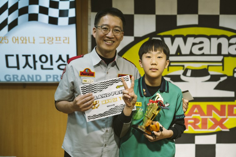 YTo1ODp7czo4OiJGaWxlTmFtZSI7czo0MDoiYjg3NTY3YzQtM2ZiNS00NzUyLTk4OGItOGJlODk1YTk0MzU1LmpwZyI7czoxMjoiRmlsZURhdGVUaW1lIjtpOjE3NjUwNzg5NTE7czo4OiJGaWxlU2l6ZSI7aToxNDE2MzY1O3M6ODoiRmlsZVR5cGUiO2k6MjtzOjg6Ik1pbWVUeXBlIjtzOjEwOiJpbWFnZS9qcGVnIjtzOjEzOiJTZWN0aW9uc0ZvdW5kIjtzOjMwOiJBTllfVEFHLCBJRkQwLCBUSFVNQk5BSUwsIEVYSUYiO3M6ODoiQ09NUFVURUQiO2E6OTp7czo0OiJodG1sIjtzOjI2OiJ3aWR0aD0iMTc1MiIgaGVpZ2h0PSIxMTY4IiI7czo2OiJIZWlnaHQiO2k6MTE2ODtzOjU6IldpZHRoIjtpOjE3NTI7czo3OiJJc0NvbG9yIjtpOjE7czoxNzoiQnl0ZU9yZGVyTW90b3JvbGEiO2k6MDtzOjE1OiJBcGVydHVyZUZOdW1iZXIiO3M6NToiZi8yLjgiO3M6OToiQ29weXJpZ2h0IjtzOjQ6IllBQkMiO3M6MTg6IlRodW1ibmFpbC5GaWxlVHlwZSI7aToyO3M6MTg6IlRodW1ibmFpbC5NaW1lVHlwZSI7czoxMDoiaW1hZ2UvanBlZyI7fXM6NDoiTWFrZSI7czo0OiJTT05ZIjtzOjU6Ik1vZGVsIjtzOjg6IklMQ0UtN000IjtzOjExOiJYUmVzb2x1dGlvbiI7czo1OiIyNDAvMSI7czoxMToiWVJlc29sdXRpb24iO3M6NToiMjQwLzEiO3M6MTQ6IlJlc29sdXRpb25Vbml0IjtpOjI7czo4OiJTb2Z0d2FyZSI7czo1MjoiQWRvYmUgUGhvdG9zaG9wIExpZ2h0cm9vbSBDbGFzc2ljIDE1LjAuMSAoTWFjaW50b3NoKSI7czo4OiJEYXRlVGltZSI7czoxOToiMjAyNToxMjowNyAxMjozNzozNyI7czo2OiJBcnRpc3QiO3M6NzoiWUFCQ19TRyI7czo5OiJDb3B5cmlnaHQiO3M6NDoiWUFCQyI7czoxNjoiRXhpZl9JRkRfUG9pbnRlciI7aToyNTQ7czo5OiJUSFVNQk5BSUwiO2E6Njp7czoxMToiQ29tcHJlc3Npb24iO2k6NjtzOjExOiJYUmVzb2x1dGlvbiI7czo0OiI3Mi8xIjtzOjExOiJZUmVzb2x1dGlvbiI7czo0OiI3Mi8xIjtzOjE0OiJSZXNvbHV0aW9uVW5pdCI7aToyO3M6MjE6IkpQRUdJbnRlcmNoYW5nZUZvcm1hdCI7aToxMDQwO3M6Mjc6IkpQRUdJbnRlcmNoYW5nZUZvcm1hdExlbmd0aCI7aToxOTM3OTt9czoxMjoiRXhwb3N1cmVUaW1lIjtzOjQ6IjEvNjAiO3M6NzoiRk51bWJlciI7czo1OiIyOC8xMCI7czoxNToiRXhwb3N1cmVQcm9ncmFtIjtpOjE7czoxNToiSVNPU3BlZWRSYXRpbmdzIjtpOjgwO3M6MTk6IlVuZGVmaW5lZFRhZzoweDg4MzAiO2k6MjtzOjE5OiJVbmRlZmluZWRUYWc6MHg4ODMyIjtpOjgwO3M6MTE6IkV4aWZWZXJzaW9uIjtzOjQ6IjAyMzIiO3M6MTY6IkRhdGVUaW1lT3JpZ2luYWwiO3M6MTk6IjIwMjU6MTI6MDYgMTE6NTU6MjMiO3M6MTc6IkRhdGVUaW1lRGlnaXRpemVkIjtzOjE5OiIyMDI1OjEyOjA2IDExOjU1OjIzIjtzOjE5OiJVbmRlZmluZWRUYWc6MHg5MDEwIjtzOjY6IiswOTowMCI7czoxOToiVW5kZWZpbmVkVGFnOjB4OTAxMSI7czo2OiIrMDk6MDAiO3M6MTk6IlVuZGVmaW5lZFRhZzoweDkwMTIiO3M6NjoiKzA5OjAwIjtzOjE3OiJTaHV0dGVyU3BlZWRWYWx1ZSI7czoxNToiNTkwNjg5MS8xMDAwMDAwIjtzOjEzOiJBcGVydHVyZVZhbHVlIjtzOjE1OiIyOTcwODU0LzEwMDAwMDAiO3M6MTU6IkJyaWdodG5lc3NWYWx1ZSI7czoxMDoiMTA0ODQvMjU2MCI7czoxNzoiRXhwb3N1cmVCaWFzVmFsdWUiO3M6NDoiMC8xMCI7czoxNjoiTWF4QXBlcnR1cmVWYWx1ZSI7czo3OiI3NjAvMjU2IjtzOjEyOiJNZXRlcmluZ01vZGUiO2k6NTtzOjExOiJMaWdodFNvdXJjZSI7aTowO3M6NToiRmxhc2giO2k6MTM7czoxMToiRm9jYWxMZW5ndGgiO3M6NjoiNDUwLzEwIjtzOjE4OiJTdWJTZWNUaW1lT3JpZ2luYWwiO3M6MzoiOTI2IjtzOjE5OiJTdWJTZWNUaW1lRGlnaXRpemVkIjtzOjM6IjkyNiI7czoxMDoiQ29sb3JTcGFjZSI7aTo2NTUzNTtzOjIxOiJGb2NhbFBsYW5lWFJlc29sdXRpb24iO3M6MTQ6IjY0NDQ5MzM5LzMyNzY4IjtzOjIxOiJGb2NhbFBsYW5lWVJlc29sdXRpb24iO3M6MTQ6IjY0NDQ5MzM5LzMyNzY4IjtzOjI0OiJGb2NhbFBsYW5lUmVzb2x1dGlvblVuaXQiO2k6MztzOjEwOiJGaWxlU291cmNlIjtzOjE6IgMiO3M6OToiU2NlbmVUeXBlIjtzOjE6IgEiO3M6MTQ6IkN1c3RvbVJlbmRlcmVkIjtpOjA7czoxMjoiRXhwb3N1cmVNb2RlIjtpOjE7czoxMjoiV2hpdGVCYWxhbmNlIjtpOjE7czoxNjoiRGlnaXRhbFpvb21SYXRpbyI7czo1OiIxNi8xNiI7czoyMToiRm9jYWxMZW5ndGhJbjM1bW1GaWxtIjtpOjQ1O3M6MTY6IlNjZW5lQ2FwdHVyZVR5cGUiO2k6MDtzOjg6IkNvbnRyYXN0IjtpOjA7czoxMDoiU2F0dXJhdGlvbiI7aTowO3M6OToiU2hhcnBuZXNzIjtpOjA7czoxOToiVW5kZWZpbmVkVGFnOjB4QTQzMiI7YTo0OntpOjA7czo2OiIyNDAvMTAiO2k6MTtzOjY6IjcwMC8xMCI7aToyO3M6NToiMjgvMTAiO2k6MztzOjU6IjI4LzEwIjt9czoxOToiVW5kZWZpbmVkVGFnOjB4QTQzNCI7czoyMToiRkUgMjQtNzBtbSBGMi44IEdNIElJIjt9