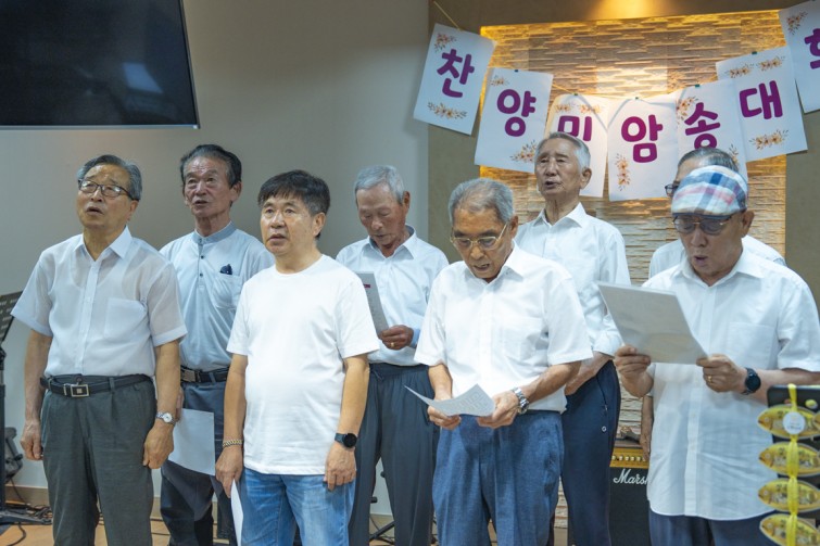 YTo1ODp7czo4OiJGaWxlTmFtZSI7czo0MDoiYzU2MDdkYjAtMWRlOC00ZjUzLTllNjUtM2Q2MzU3OGMyOWIxLmpwZyI7czoxMjoiRmlsZURhdGVUaW1lIjtpOjE3NTEwMDAzNDU7czo4OiJGaWxlU2l6ZSI7aTo3MTI4NDE7czo4OiJGaWxlVHlwZSI7aToyO3M6ODoiTWltZVR5cGUiO3M6MTA6ImltYWdlL2pwZWciO3M6MTM6IlNlY3Rpb25zRm91bmQiO3M6MzA6IkFOWV9UQUcsIElGRDAsIFRIVU1CTkFJTCwgRVhJRiI7czo4OiJDT01QVVRFRCI7YTo5OntzOjQ6Imh0bWwiO3M6MjU6IndpZHRoPSIxMTUyIiBoZWlnaHQ9Ijc2OCIiO3M6NjoiSGVpZ2h0IjtpOjc2ODtzOjU6IldpZHRoIjtpOjExNTI7czo3OiJJc0NvbG9yIjtpOjE7czoxNzoiQnl0ZU9yZGVyTW90b3JvbGEiO2k6MDtzOjE1OiJBcGVydHVyZUZOdW1iZXIiO3M6NToiZi8yLjgiO3M6OToiQ29weXJpZ2h0IjtzOjQ6IllBQkMiO3M6MTg6IlRodW1ibmFpbC5GaWxlVHlwZSI7aToyO3M6MTg6IlRodW1ibmFpbC5NaW1lVHlwZSI7czoxMDoiaW1hZ2UvanBlZyI7fXM6NDoiTWFrZSI7czo0OiJTT05ZIjtzOjU6Ik1vZGVsIjtzOjg6IklMQ0UtN000IjtzOjExOiJYUmVzb2x1dGlvbiI7czo1OiIyNDAvMSI7czoxMToiWVJlc29sdXRpb24iO3M6NToiMjQwLzEiO3M6MTQ6IlJlc29sdXRpb25Vbml0IjtpOjI7czo4OiJTb2Z0d2FyZSI7czo1MDoiQWRvYmUgUGhvdG9zaG9wIExpZ2h0cm9vbSBDbGFzc2ljIDE0LjQgKE1hY2ludG9zaCkiO3M6ODoiRGF0ZVRpbWUiO3M6MTk6IjIwMjU6MDY6MjcgMTM6NTY6MjciO3M6NjoiQXJ0aXN0IjtzOjc6IllBQkNfU0ciO3M6OToiQ29weXJpZ2h0IjtzOjQ6IllBQkMiO3M6MTY6IkV4aWZfSUZEX1BvaW50ZXIiO2k6MjUyO3M6OToiVEhVTUJOQUlMIjthOjY6e3M6MTE6IkNvbXByZXNzaW9uIjtpOjY7czoxMToiWFJlc29sdXRpb24iO3M6NDoiNzIvMSI7czoxMToiWVJlc29sdXRpb24iO3M6NDoiNzIvMSI7czoxNDoiUmVzb2x1dGlvblVuaXQiO2k6MjtzOjIxOiJKUEVHSW50ZXJjaGFuZ2VGb3JtYXQiO2k6MTAzODtzOjI3OiJKUEVHSW50ZXJjaGFuZ2VGb3JtYXRMZW5ndGgiO2k6MTc4OTI7fXM6MTI6IkV4cG9zdXJlVGltZSI7czo1OiIxLzE2MCI7czo3OiJGTnVtYmVyIjtzOjU6IjI4LzEwIjtzOjE1OiJFeHBvc3VyZVByb2dyYW0iO2k6MTtzOjE1OiJJU09TcGVlZFJhdGluZ3MiO2k6MjUwO3M6MTk6IlVuZGVmaW5lZFRhZzoweDg4MzAiO2k6MjtzOjE5OiJVbmRlZmluZWRUYWc6MHg4ODMyIjtpOjI1MDtzOjExOiJFeGlmVmVyc2lvbiI7czo0OiIwMjMyIjtzOjE2OiJEYXRlVGltZU9yaWdpbmFsIjtzOjE5OiIyMDI1OjA2OjI3IDExOjE1OjI3IjtzOjE3OiJEYXRlVGltZURpZ2l0aXplZCI7czoxOToiMjAyNTowNjoyNyAxMToxNToyNyI7czoxOToiVW5kZWZpbmVkVGFnOjB4OTAxMCI7czo2OiIrMDk6MDAiO3M6MTk6IlVuZGVmaW5lZFRhZzoweDkwMTEiO3M6NjoiKzA5OjAwIjtzOjE5OiJVbmRlZmluZWRUYWc6MHg5MDEyIjtzOjY6IiswOTowMCI7czoxNzoiU2h1dHRlclNwZWVkVmFsdWUiO3M6MTU6IjczMjE5MjgvMTAwMDAwMCI7czoxMzoiQXBlcnR1cmVWYWx1ZSI7czoxNToiMjk3MDg1NC8xMDAwMDAwIjtzOjE1OiJCcmlnaHRuZXNzVmFsdWUiO3M6OToiNjUwNC8yNTYwIjtzOjE3OiJFeHBvc3VyZUJpYXNWYWx1ZSI7czo0OiIwLzEwIjtzOjE2OiJNYXhBcGVydHVyZVZhbHVlIjtzOjc6Ijc2MC8yNTYiO3M6MTI6Ik1ldGVyaW5nTW9kZSI7aTo1O3M6MTE6IkxpZ2h0U291cmNlIjtpOjA7czo1OiJGbGFzaCI7aToxMztzOjExOiJGb2NhbExlbmd0aCI7czo2OiI0NzAvMTAiO3M6MTg6IlN1YlNlY1RpbWVPcmlnaW5hbCI7czozOiI0ODciO3M6MTk6IlN1YlNlY1RpbWVEaWdpdGl6ZWQiO3M6MzoiNDg3IjtzOjEwOiJDb2xvclNwYWNlIjtpOjY1NTM1O3M6MjE6IkZvY2FsUGxhbmVYUmVzb2x1dGlvbiI7czoxNDoiNjQ0NDkzMzkvMzI3NjgiO3M6MjE6IkZvY2FsUGxhbmVZUmVzb2x1dGlvbiI7czoxNDoiNjQ0NDkzMzkvMzI3NjgiO3M6MjQ6IkZvY2FsUGxhbmVSZXNvbHV0aW9uVW5pdCI7aTozO3M6MTA6IkZpbGVTb3VyY2UiO3M6MToiAyI7czo5OiJTY2VuZVR5cGUiO3M6MToiASI7czoxNDoiQ3VzdG9tUmVuZGVyZWQiO2k6MDtzOjEyOiJFeHBvc3VyZU1vZGUiO2k6MTtzOjEyOiJXaGl0ZUJhbGFuY2UiO2k6MTtzOjE2OiJEaWdpdGFsWm9vbVJhdGlvIjtzOjU6IjE2LzE2IjtzOjIxOiJGb2NhbExlbmd0aEluMzVtbUZpbG0iO2k6NzA7czoxNjoiU2NlbmVDYXB0dXJlVHlwZSI7aTowO3M6ODoiQ29udHJhc3QiO2k6MDtzOjEwOiJTYXR1cmF0aW9uIjtpOjA7czo5OiJTaGFycG5lc3MiO2k6MDtzOjE5OiJVbmRlZmluZWRUYWc6MHhBNDMyIjthOjQ6e2k6MDtzOjY6IjI0MC8xMCI7aToxO3M6NjoiNzAwLzEwIjtpOjI7czo1OiIyOC8xMCI7aTozO3M6NToiMjgvMTAiO31zOjE5OiJVbmRlZmluZWRUYWc6MHhBNDM0IjtzOjIxOiJGRSAyNC03MG1tIEYyLjggR00gSUkiO30=