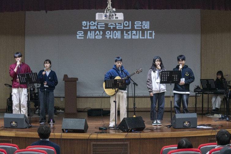 YTo1NDp7czo4OiJGaWxlTmFtZSI7czo0MDoiY2QxNWYxNWUtMzJhOC00MzI1LTg5ODktZjYwNjIxZmVjZjRhLmpwZyI7czoxMjoiRmlsZURhdGVUaW1lIjtpOjE3Njg0NTg5NjE7czo4OiJGaWxlU2l6ZSI7aToxNzkzMTQyO3M6ODoiRmlsZVR5cGUiO2k6MjtzOjg6Ik1pbWVUeXBlIjtzOjEwOiJpbWFnZS9qcGVnIjtzOjEzOiJTZWN0aW9uc0ZvdW5kIjtzOjMwOiJBTllfVEFHLCBJRkQwLCBUSFVNQk5BSUwsIEVYSUYiO3M6ODoiQ09NUFVURUQiO2E6ODp7czo0OiJodG1sIjtzOjI2OiJ3aWR0aD0iMTg4NyIgaGVpZ2h0PSIxMjU4IiI7czo2OiJIZWlnaHQiO2k6MTI1ODtzOjU6IldpZHRoIjtpOjE4ODc7czo3OiJJc0NvbG9yIjtpOjE7czoxNzoiQnl0ZU9yZGVyTW90b3JvbGEiO2k6MDtzOjE1OiJBcGVydHVyZUZOdW1iZXIiO3M6NToiZi82LjMiO3M6MTg6IlRodW1ibmFpbC5GaWxlVHlwZSI7aToyO3M6MTg6IlRodW1ibmFpbC5NaW1lVHlwZSI7czoxMDoiaW1hZ2UvanBlZyI7fXM6NDoiTWFrZSI7czo0OiJTT05ZIjtzOjU6Ik1vZGVsIjtzOjk6IklMQ0UtN1JNMyI7czoxMToiWFJlc29sdXRpb24iO3M6NToiMjQwLzEiO3M6MTE6IllSZXNvbHV0aW9uIjtzOjU6IjI0MC8xIjtzOjE0OiJSZXNvbHV0aW9uVW5pdCI7aToyO3M6ODoiU29mdHdhcmUiO3M6NTA6IkFkb2JlIFBob3Rvc2hvcCBMaWdodHJvb20gQ2xhc3NpYyAxNS4xIChNYWNpbnRvc2gpIjtzOjg6IkRhdGVUaW1lIjtzOjE5OiIyMDI2OjAxOjE1IDE1OjIyOjM3IjtzOjE2OiJFeGlmX0lGRF9Qb2ludGVyIjtpOjIxNDtzOjk6IlRIVU1CTkFJTCI7YTo2OntzOjExOiJDb21wcmVzc2lvbiI7aTo2O3M6MTE6IlhSZXNvbHV0aW9uIjtzOjQ6IjcyLzEiO3M6MTE6IllSZXNvbHV0aW9uIjtzOjQ6IjcyLzEiO3M6MTQ6IlJlc29sdXRpb25Vbml0IjtpOjI7czoyMToiSlBFR0ludGVyY2hhbmdlRm9ybWF0IjtpOjk3NjtzOjI3OiJKUEVHSW50ZXJjaGFuZ2VGb3JtYXRMZW5ndGgiO2k6MTQ2NjI7fXM6MTI6IkV4cG9zdXJlVGltZSI7czo1OiIxLzQwMCI7czo3OiJGTnVtYmVyIjtzOjU6IjYzLzEwIjtzOjE1OiJFeHBvc3VyZVByb2dyYW0iO2k6MTtzOjE1OiJJU09TcGVlZFJhdGluZ3MiO2k6NDAwMDtzOjE5OiJVbmRlZmluZWRUYWc6MHg4ODMwIjtpOjI7czoxOToiVW5kZWZpbmVkVGFnOjB4ODgzMiI7aTo0MDAwO3M6MTE6IkV4aWZWZXJzaW9uIjtzOjQ6IjAyMzEiO3M6MTY6IkRhdGVUaW1lT3JpZ2luYWwiO3M6MTk6IjIwMjY6MDE6MTEgMTA6MTE6MTYiO3M6MTc6IkRhdGVUaW1lRGlnaXRpemVkIjtzOjE5OiIyMDI2OjAxOjExIDEwOjExOjE2IjtzOjE5OiJVbmRlZmluZWRUYWc6MHg5MDEwIjtzOjY6IiswOTowMCI7czoxOToiVW5kZWZpbmVkVGFnOjB4OTAxMSI7czo2OiIrMDk6MDAiO3M6MTk6IlVuZGVmaW5lZFRhZzoweDkwMTIiO3M6NjoiKzA5OjAwIjtzOjE3OiJTaHV0dGVyU3BlZWRWYWx1ZSI7czoxNToiODY0Mzg1Ni8xMDAwMDAwIjtzOjEzOiJBcGVydHVyZVZhbHVlIjtzOjE1OiI1MzEwNzA0LzEwMDAwMDAiO3M6MTU6IkJyaWdodG5lc3NWYWx1ZSI7czo5OiI0OTI0LzI1NjAiO3M6MTc6IkV4cG9zdXJlQmlhc1ZhbHVlIjtzOjQ6IjAvMTAiO3M6MTY6Ik1heEFwZXJ0dXJlVmFsdWUiO3M6ODoiMTAyNC8yNTYiO3M6MTI6Ik1ldGVyaW5nTW9kZSI7aTo1O3M6MTE6IkxpZ2h0U291cmNlIjtpOjA7czo1OiJGbGFzaCI7aToxNjtzOjExOiJGb2NhbExlbmd0aCI7czo2OiI3MDAvMTAiO3M6MTA6IkNvbG9yU3BhY2UiO2k6NjU1MzU7czoyMToiRm9jYWxQbGFuZVhSZXNvbHV0aW9uIjtzOjE0OiI3MDkyNDEzNC8zMjc2OCI7czoyMToiRm9jYWxQbGFuZVlSZXNvbHV0aW9uIjtzOjE0OiI3MDkyNDEzNC8zMjc2OCI7czoyNDoiRm9jYWxQbGFuZVJlc29sdXRpb25Vbml0IjtpOjM7czoxMDoiRmlsZVNvdXJjZSI7czoxOiIDIjtzOjk6IlNjZW5lVHlwZSI7czoxOiIBIjtzOjE0OiJDdXN0b21SZW5kZXJlZCI7aTowO3M6MTI6IkV4cG9zdXJlTW9kZSI7aToxO3M6MTI6IldoaXRlQmFsYW5jZSI7aTowO3M6MTY6IkRpZ2l0YWxab29tUmF0aW8iO3M6NToiMTYvMTYiO3M6MjE6IkZvY2FsTGVuZ3RoSW4zNW1tRmlsbSI7aTo3MDtzOjE2OiJTY2VuZUNhcHR1cmVUeXBlIjtpOjA7czo4OiJDb250cmFzdCI7aTowO3M6MTA6IlNhdHVyYXRpb24iO2k6MDtzOjk6IlNoYXJwbmVzcyI7aTowO3M6MTk6IlVuZGVmaW5lZFRhZzoweEE0MzIiO2E6NDp7aTowO3M6NjoiNzAwLzEwIjtpOjE7czo3OiIyMDAwLzEwIjtpOjI7czo1OiI0MC8xMCI7aTozO3M6NToiNDAvMTAiO31zOjE5OiJVbmRlZmluZWRUYWc6MHhBNDM0IjtzOjIwOiJGRSA3MC0yMDBtbSBGNCBHIE9TUyI7fQ==