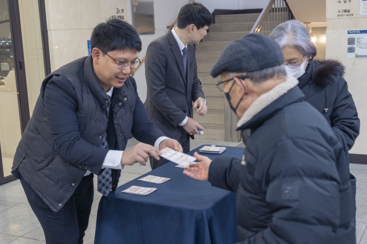 YTo1ODp7czo4OiJGaWxlTmFtZSI7czo0MDoiY2YzNjNhMTMtN2VmNS00OTgzLWIxYTktOGNkZjQ3NjM2Y2IyLmpwZyI7czoxMjoiRmlsZURhdGVUaW1lIjtpOjE3Njc0Mjk5NDM7czo4OiJGaWxlU2l6ZSI7aTo5ODQzMjU7czo4OiJGaWxlVHlwZSI7aToyO3M6ODoiTWltZVR5cGUiO3M6MTA6ImltYWdlL2pwZWciO3M6MTM6IlNlY3Rpb25zRm91bmQiO3M6MzA6IkFOWV9UQUcsIElGRDAsIFRIVU1CTkFJTCwgRVhJRiI7czo4OiJDT01QVVRFRCI7YTo5OntzOjQ6Imh0bWwiO3M6MjY6IndpZHRoPSIxNTMyIiBoZWlnaHQ9IjEwMjEiIjtzOjY6IkhlaWdodCI7aToxMDIxO3M6NToiV2lkdGgiO2k6MTUzMjtzOjc6IklzQ29sb3IiO2k6MTtzOjE3OiJCeXRlT3JkZXJNb3Rvcm9sYSI7aTowO3M6MTU6IkFwZXJ0dXJlRk51bWJlciI7czo1OiJmLzQuMCI7czo5OiJDb3B5cmlnaHQiO3M6NDoiWUFCQyI7czoxODoiVGh1bWJuYWlsLkZpbGVUeXBlIjtpOjI7czoxODoiVGh1bWJuYWlsLk1pbWVUeXBlIjtzOjEwOiJpbWFnZS9qcGVnIjt9czo0OiJNYWtlIjtzOjQ6IlNPTlkiO3M6NToiTW9kZWwiO3M6ODoiSUxDRS03TTQiO3M6MTE6IlhSZXNvbHV0aW9uIjtzOjU6IjI0MC8xIjtzOjExOiJZUmVzb2x1dGlvbiI7czo1OiIyNDAvMSI7czoxNDoiUmVzb2x1dGlvblVuaXQiO2k6MjtzOjg6IlNvZnR3YXJlIjtzOjUwOiJBZG9iZSBQaG90b3Nob3AgTGlnaHRyb29tIENsYXNzaWMgMTUuMSAoTWFjaW50b3NoKSI7czo4OiJEYXRlVGltZSI7czoxOToiMjAyNjowMTowMyAxNzowOTo1MSI7czo2OiJBcnRpc3QiO3M6NzoiWUFCQ19TRyI7czo5OiJDb3B5cmlnaHQiO3M6NDoiWUFCQyI7czoxNjoiRXhpZl9JRkRfUG9pbnRlciI7aToyNTI7czo5OiJUSFVNQk5BSUwiO2E6Njp7czoxMToiQ29tcHJlc3Npb24iO2k6NjtzOjExOiJYUmVzb2x1dGlvbiI7czo0OiI3Mi8xIjtzOjExOiJZUmVzb2x1dGlvbiI7czo0OiI3Mi8xIjtzOjE0OiJSZXNvbHV0aW9uVW5pdCI7aToyO3M6MjE6IkpQRUdJbnRlcmNoYW5nZUZvcm1hdCI7aToxMDM4O3M6Mjc6IkpQRUdJbnRlcmNoYW5nZUZvcm1hdExlbmd0aCI7aToxNDI5Njt9czoxMjoiRXhwb3N1cmVUaW1lIjtzOjQ6IjEvNjAiO3M6NzoiRk51bWJlciI7czozOiI0LzEiO3M6MTU6IkV4cG9zdXJlUHJvZ3JhbSI7aToxO3M6MTU6IklTT1NwZWVkUmF0aW5ncyI7aTo1MDA7czoxOToiVW5kZWZpbmVkVGFnOjB4ODgzMCI7aToyO3M6MTk6IlVuZGVmaW5lZFRhZzoweDg4MzIiO2k6NTAwO3M6MTE6IkV4aWZWZXJzaW9uIjtzOjQ6IjAyMzIiO3M6MTY6IkRhdGVUaW1lT3JpZ2luYWwiO3M6MTk6IjIwMjY6MDE6MDIgMDU6Mzc6NTAiO3M6MTc6IkRhdGVUaW1lRGlnaXRpemVkIjtzOjE5OiIyMDI2OjAxOjAyIDA1OjM3OjUwIjtzOjE5OiJVbmRlZmluZWRUYWc6MHg5MDEwIjtzOjY6IiswOTowMCI7czoxOToiVW5kZWZpbmVkVGFnOjB4OTAxMSI7czo2OiIrMDk6MDAiO3M6MTk6IlVuZGVmaW5lZFRhZzoweDkwMTIiO3M6NjoiKzA5OjAwIjtzOjE3OiJTaHV0dGVyU3BlZWRWYWx1ZSI7czoxNToiNTkwNjg5MS8xMDAwMDAwIjtzOjEzOiJBcGVydHVyZVZhbHVlIjtzOjM6IjQvMSI7czoxNToiQnJpZ2h0bmVzc1ZhbHVlIjtzOjk6IjI4ODQvMjU2MCI7czoxNzoiRXhwb3N1cmVCaWFzVmFsdWUiO3M6NDoiMC8xMCI7czoxNjoiTWF4QXBlcnR1cmVWYWx1ZSI7czo3OiI3NjAvMjU2IjtzOjEyOiJNZXRlcmluZ01vZGUiO2k6NTtzOjExOiJMaWdodFNvdXJjZSI7aTowO3M6NToiRmxhc2giO2k6MTY7czoxMToiRm9jYWxMZW5ndGgiO3M6NjoiNDMwLzEwIjtzOjE4OiJTdWJTZWNUaW1lT3JpZ2luYWwiO3M6MzoiNjQ1IjtzOjE5OiJTdWJTZWNUaW1lRGlnaXRpemVkIjtzOjM6IjY0NSI7czoxMDoiQ29sb3JTcGFjZSI7aTo2NTUzNTtzOjIxOiJGb2NhbFBsYW5lWFJlc29sdXRpb24iO3M6MTQ6IjY0NDQ5MzM5LzMyNzY4IjtzOjIxOiJGb2NhbFBsYW5lWVJlc29sdXRpb24iO3M6MTQ6IjY0NDQ5MzM5LzMyNzY4IjtzOjI0OiJGb2NhbFBsYW5lUmVzb2x1dGlvblVuaXQiO2k6MztzOjEwOiJGaWxlU291cmNlIjtzOjE6IgMiO3M6OToiU2NlbmVUeXBlIjtzOjE6IgEiO3M6MTQ6IkN1c3RvbVJlbmRlcmVkIjtpOjA7czoxMjoiRXhwb3N1cmVNb2RlIjtpOjE7czoxMjoiV2hpdGVCYWxhbmNlIjtpOjA7czoxNjoiRGlnaXRhbFpvb21SYXRpbyI7czo1OiIxNi8xNiI7czoyMToiRm9jYWxMZW5ndGhJbjM1bW1GaWxtIjtpOjQzO3M6MTY6IlNjZW5lQ2FwdHVyZVR5cGUiO2k6MDtzOjg6IkNvbnRyYXN0IjtpOjA7czoxMDoiU2F0dXJhdGlvbiI7aTowO3M6OToiU2hhcnBuZXNzIjtpOjA7czoxOToiVW5kZWZpbmVkVGFnOjB4QTQzMiI7YTo0OntpOjA7czo2OiIyNDAvMTAiO2k6MTtzOjY6IjcwMC8xMCI7aToyO3M6NToiMjgvMTAiO2k6MztzOjU6IjI4LzEwIjt9czoxOToiVW5kZWZpbmVkVGFnOjB4QTQzNCI7czoyMToiRkUgMjQtNzBtbSBGMi44IEdNIElJIjt9