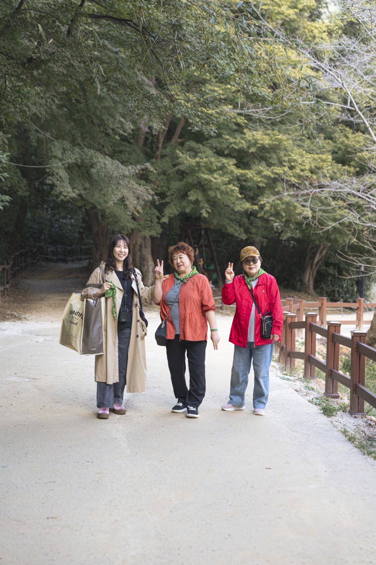 YTo1ODp7czo4OiJGaWxlTmFtZSI7czo0MDoiZDBjYTQzNTEtOTJkOC00ZGUwLTkxOTMtOTAyYWM5M2I4YWZhLmpwZyI7czoxMjoiRmlsZURhdGVUaW1lIjtpOjE3NjEyOTgxMjQ7czo4OiJGaWxlU2l6ZSI7aToxNzY0MzQzO3M6ODoiRmlsZVR5cGUiO2k6MjtzOjg6Ik1pbWVUeXBlIjtzOjEwOiJpbWFnZS9qcGVnIjtzOjEzOiJTZWN0aW9uc0ZvdW5kIjtzOjMwOiJBTllfVEFHLCBJRkQwLCBUSFVNQk5BSUwsIEVYSUYiO3M6ODoiQ09NUFVURUQiO2E6OTp7czo0OiJodG1sIjtzOjI2OiJ3aWR0aD0iMTE2OCIgaGVpZ2h0PSIxNzUyIiI7czo2OiJIZWlnaHQiO2k6MTc1MjtzOjU6IldpZHRoIjtpOjExNjg7czo3OiJJc0NvbG9yIjtpOjE7czoxNzoiQnl0ZU9yZGVyTW90b3JvbGEiO2k6MDtzOjE1OiJBcGVydHVyZUZOdW1iZXIiO3M6NToiZi8zLjIiO3M6OToiQ29weXJpZ2h0IjtzOjQ6IllBQkMiO3M6MTg6IlRodW1ibmFpbC5GaWxlVHlwZSI7aToyO3M6MTg6IlRodW1ibmFpbC5NaW1lVHlwZSI7czoxMDoiaW1hZ2UvanBlZyI7fXM6NDoiTWFrZSI7czo0OiJTT05ZIjtzOjU6Ik1vZGVsIjtzOjg6IklMQ0UtN000IjtzOjExOiJYUmVzb2x1dGlvbiI7czo1OiIyNDAvMSI7czoxMToiWVJlc29sdXRpb24iO3M6NToiMjQwLzEiO3M6MTQ6IlJlc29sdXRpb25Vbml0IjtpOjI7czo4OiJTb2Z0d2FyZSI7czo1MjoiQWRvYmUgUGhvdG9zaG9wIExpZ2h0cm9vbSBDbGFzc2ljIDE0LjUuMSAoTWFjaW50b3NoKSI7czo4OiJEYXRlVGltZSI7czoxOToiMjAyNToxMDoyNCAxODoyNDozNCI7czo2OiJBcnRpc3QiO3M6NzoiWUFCQ19TRyI7czo5OiJDb3B5cmlnaHQiO3M6NDoiWUFCQyI7czoxNjoiRXhpZl9JRkRfUG9pbnRlciI7aToyNTQ7czo5OiJUSFVNQk5BSUwiO2E6Njp7czoxMToiQ29tcHJlc3Npb24iO2k6NjtzOjExOiJYUmVzb2x1dGlvbiI7czo0OiI3Mi8xIjtzOjExOiJZUmVzb2x1dGlvbiI7czo0OiI3Mi8xIjtzOjE0OiJSZXNvbHV0aW9uVW5pdCI7aToyO3M6MjE6IkpQRUdJbnRlcmNoYW5nZUZvcm1hdCI7aToxMDQwO3M6Mjc6IkpQRUdJbnRlcmNoYW5nZUZvcm1hdExlbmd0aCI7aToxNTYxMjt9czoxMjoiRXhwb3N1cmVUaW1lIjtzOjU6IjEvNDAwIjtzOjc6IkZOdW1iZXIiO3M6NToiMzIvMTAiO3M6MTU6IkV4cG9zdXJlUHJvZ3JhbSI7aToxO3M6MTU6IklTT1NwZWVkUmF0aW5ncyI7aToxNjA7czoxOToiVW5kZWZpbmVkVGFnOjB4ODgzMCI7aToyO3M6MTk6IlVuZGVmaW5lZFRhZzoweDg4MzIiO2k6MTYwO3M6MTE6IkV4aWZWZXJzaW9uIjtzOjQ6IjAyMzIiO3M6MTY6IkRhdGVUaW1lT3JpZ2luYWwiO3M6MTk6IjIwMjU6MTA6MjQgMTM6MjM6NDIiO3M6MTc6IkRhdGVUaW1lRGlnaXRpemVkIjtzOjE5OiIyMDI1OjEwOjI0IDEzOjIzOjQyIjtzOjE5OiJVbmRlZmluZWRUYWc6MHg5MDEwIjtzOjY6IiswOTowMCI7czoxOToiVW5kZWZpbmVkVGFnOjB4OTAxMSI7czo2OiIrMDk6MDAiO3M6MTk6IlVuZGVmaW5lZFRhZzoweDkwMTIiO3M6NjoiKzA5OjAwIjtzOjE3OiJTaHV0dGVyU3BlZWRWYWx1ZSI7czoxNToiODY0Mzg1Ni8xMDAwMDAwIjtzOjEzOiJBcGVydHVyZVZhbHVlIjtzOjE1OiIzMzU2MTQ0LzEwMDAwMDAiO3M6MTU6IkJyaWdodG5lc3NWYWx1ZSI7czoxMDoiMTM2NDQvMjU2MCI7czoxNzoiRXhwb3N1cmVCaWFzVmFsdWUiO3M6NDoiMC8xMCI7czoxNjoiTWF4QXBlcnR1cmVWYWx1ZSI7czo3OiI3NjAvMjU2IjtzOjEyOiJNZXRlcmluZ01vZGUiO2k6NTtzOjExOiJMaWdodFNvdXJjZSI7aToyNTU7czo1OiJGbGFzaCI7aToxNjtzOjExOiJGb2NhbExlbmd0aCI7czo2OiI3MDAvMTAiO3M6MTg6IlN1YlNlY1RpbWVPcmlnaW5hbCI7czozOiI4NTMiO3M6MTk6IlN1YlNlY1RpbWVEaWdpdGl6ZWQiO3M6MzoiODUzIjtzOjEwOiJDb2xvclNwYWNlIjtpOjY1NTM1O3M6MjE6IkZvY2FsUGxhbmVYUmVzb2x1dGlvbiI7czoxNDoiNjQ0NDkzMzkvMzI3NjgiO3M6MjE6IkZvY2FsUGxhbmVZUmVzb2x1dGlvbiI7czoxNDoiNjQ0NDkzMzkvMzI3NjgiO3M6MjQ6IkZvY2FsUGxhbmVSZXNvbHV0aW9uVW5pdCI7aTozO3M6MTA6IkZpbGVTb3VyY2UiO3M6MToiAyI7czo5OiJTY2VuZVR5cGUiO3M6MToiASI7czoxNDoiQ3VzdG9tUmVuZGVyZWQiO2k6MDtzOjEyOiJFeHBvc3VyZU1vZGUiO2k6MTtzOjEyOiJXaGl0ZUJhbGFuY2UiO2k6MTtzOjE2OiJEaWdpdGFsWm9vbVJhdGlvIjtzOjU6IjE2LzE2IjtzOjIxOiJGb2NhbExlbmd0aEluMzVtbUZpbG0iO2k6NzA7czoxNjoiU2NlbmVDYXB0dXJlVHlwZSI7aTowO3M6ODoiQ29udHJhc3QiO2k6MDtzOjEwOiJTYXR1cmF0aW9uIjtpOjA7czo5OiJTaGFycG5lc3MiO2k6MDtzOjE5OiJVbmRlZmluZWRUYWc6MHhBNDMyIjthOjQ6e2k6MDtzOjY6IjI0MC8xMCI7aToxO3M6NjoiNzAwLzEwIjtpOjI7czo1OiIyOC8xMCI7aTozO3M6NToiMjgvMTAiO31zOjE5OiJVbmRlZmluZWRUYWc6MHhBNDM0IjtzOjIxOiJGRSAyNC03MG1tIEYyLjggR00gSUkiO30=