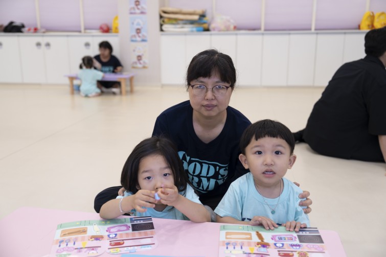 YTo1ODp7czo4OiJGaWxlTmFtZSI7czo0MDoiZDEwMjlmYzMtYmUxNy00YjM0LTg0YjctNjFiY2M5MTFiMzhlLmpwZyI7czoxMjoiRmlsZURhdGVUaW1lIjtpOjE3NTMxNDY1NzM7czo4OiJGaWxlU2l6ZSI7aTo3Njg0MTM7czo4OiJGaWxlVHlwZSI7aToyO3M6ODoiTWltZVR5cGUiO3M6MTA6ImltYWdlL2pwZWciO3M6MTM6IlNlY3Rpb25zRm91bmQiO3M6MzA6IkFOWV9UQUcsIElGRDAsIFRIVU1CTkFJTCwgRVhJRiI7czo4OiJDT01QVVRFRCI7YTo5OntzOjQ6Imh0bWwiO3M6MjY6IndpZHRoPSIxNzUyIiBoZWlnaHQ9IjExNjgiIjtzOjY6IkhlaWdodCI7aToxMTY4O3M6NToiV2lkdGgiO2k6MTc1MjtzOjc6IklzQ29sb3IiO2k6MTtzOjE3OiJCeXRlT3JkZXJNb3Rvcm9sYSI7aTowO3M6MTU6IkFwZXJ0dXJlRk51bWJlciI7czo1OiJmLzIuOCI7czo5OiJDb3B5cmlnaHQiO3M6NDoiWUFCQyI7czoxODoiVGh1bWJuYWlsLkZpbGVUeXBlIjtpOjI7czoxODoiVGh1bWJuYWlsLk1pbWVUeXBlIjtzOjEwOiJpbWFnZS9qcGVnIjt9czo0OiJNYWtlIjtzOjQ6IlNPTlkiO3M6NToiTW9kZWwiO3M6ODoiSUxDRS03TTQiO3M6MTE6IlhSZXNvbHV0aW9uIjtzOjU6IjI0MC8xIjtzOjExOiJZUmVzb2x1dGlvbiI7czo1OiIyNDAvMSI7czoxNDoiUmVzb2x1dGlvblVuaXQiO2k6MjtzOjg6IlNvZnR3YXJlIjtzOjUwOiJBZG9iZSBQaG90b3Nob3AgTGlnaHRyb29tIENsYXNzaWMgMTQuNCAoTWFjaW50b3NoKSI7czo4OiJEYXRlVGltZSI7czoxOToiMjAyNTowNzoyMiAwOTo1ODo1NSI7czo2OiJBcnRpc3QiO3M6NzoiWUFCQ19TRyI7czo5OiJDb3B5cmlnaHQiO3M6NDoiWUFCQyI7czoxNjoiRXhpZl9JRkRfUG9pbnRlciI7aToyNTI7czo5OiJUSFVNQk5BSUwiO2E6Njp7czoxMToiQ29tcHJlc3Npb24iO2k6NjtzOjExOiJYUmVzb2x1dGlvbiI7czo0OiI3Mi8xIjtzOjExOiJZUmVzb2x1dGlvbiI7czo0OiI3Mi8xIjtzOjE0OiJSZXNvbHV0aW9uVW5pdCI7aToyO3M6MjE6IkpQRUdJbnRlcmNoYW5nZUZvcm1hdCI7aToxMDM4O3M6Mjc6IkpQRUdJbnRlcmNoYW5nZUZvcm1hdExlbmd0aCI7aToxMjMwOTt9czoxMjoiRXhwb3N1cmVUaW1lIjtzOjQ6IjEvNjAiO3M6NzoiRk51bWJlciI7czo1OiIyOC8xMCI7czoxNToiRXhwb3N1cmVQcm9ncmFtIjtpOjE7czoxNToiSVNPU3BlZWRSYXRpbmdzIjtpOjE2MDtzOjE5OiJVbmRlZmluZWRUYWc6MHg4ODMwIjtpOjI7czoxOToiVW5kZWZpbmVkVGFnOjB4ODgzMiI7aToxNjA7czoxMToiRXhpZlZlcnNpb24iO3M6NDoiMDIzMiI7czoxNjoiRGF0ZVRpbWVPcmlnaW5hbCI7czoxOToiMjAyNTowNzoyMCAxMjoxNDoxMyI7czoxNzoiRGF0ZVRpbWVEaWdpdGl6ZWQiO3M6MTk6IjIwMjU6MDc6MjAgMTI6MTQ6MTMiO3M6MTk6IlVuZGVmaW5lZFRhZzoweDkwMTAiO3M6NjoiKzA5OjAwIjtzOjE5OiJVbmRlZmluZWRUYWc6MHg5MDExIjtzOjY6IiswOTowMCI7czoxOToiVW5kZWZpbmVkVGFnOjB4OTAxMiI7czo2OiIrMDk6MDAiO3M6MTc6IlNodXR0ZXJTcGVlZFZhbHVlIjtzOjE1OiI1OTA2ODkxLzEwMDAwMDAiO3M6MTM6IkFwZXJ0dXJlVmFsdWUiO3M6MTU6IjI5NzA4NTQvMTAwMDAwMCI7czoxNToiQnJpZ2h0bmVzc1ZhbHVlIjtzOjEwOiIxMDE4NC8yNTYwIjtzOjE3OiJFeHBvc3VyZUJpYXNWYWx1ZSI7czo0OiIwLzEwIjtzOjE2OiJNYXhBcGVydHVyZVZhbHVlIjtzOjc6Ijc2MC8yNTYiO3M6MTI6Ik1ldGVyaW5nTW9kZSI7aTo1O3M6MTE6IkxpZ2h0U291cmNlIjtpOjA7czo1OiJGbGFzaCI7aToxMztzOjExOiJGb2NhbExlbmd0aCI7czo2OiIzNTAvMTAiO3M6MTg6IlN1YlNlY1RpbWVPcmlnaW5hbCI7czozOiIzMjYiO3M6MTk6IlN1YlNlY1RpbWVEaWdpdGl6ZWQiO3M6MzoiMzI2IjtzOjEwOiJDb2xvclNwYWNlIjtpOjY1NTM1O3M6MjE6IkZvY2FsUGxhbmVYUmVzb2x1dGlvbiI7czoxNDoiNjQ0NDkzMzkvMzI3NjgiO3M6MjE6IkZvY2FsUGxhbmVZUmVzb2x1dGlvbiI7czoxNDoiNjQ0NDkzMzkvMzI3NjgiO3M6MjQ6IkZvY2FsUGxhbmVSZXNvbHV0aW9uVW5pdCI7aTozO3M6MTA6IkZpbGVTb3VyY2UiO3M6MToiAyI7czo5OiJTY2VuZVR5cGUiO3M6MToiASI7czoxNDoiQ3VzdG9tUmVuZGVyZWQiO2k6MDtzOjEyOiJFeHBvc3VyZU1vZGUiO2k6MTtzOjEyOiJXaGl0ZUJhbGFuY2UiO2k6MTtzOjE2OiJEaWdpdGFsWm9vbVJhdGlvIjtzOjU6IjE2LzE2IjtzOjIxOiJGb2NhbExlbmd0aEluMzVtbUZpbG0iO2k6MzU7czoxNjoiU2NlbmVDYXB0dXJlVHlwZSI7aTowO3M6ODoiQ29udHJhc3QiO2k6MDtzOjEwOiJTYXR1cmF0aW9uIjtpOjA7czo5OiJTaGFycG5lc3MiO2k6MDtzOjE5OiJVbmRlZmluZWRUYWc6MHhBNDMyIjthOjQ6e2k6MDtzOjY6IjI0MC8xMCI7aToxO3M6NjoiNzAwLzEwIjtpOjI7czo1OiIyOC8xMCI7aTozO3M6NToiMjgvMTAiO31zOjE5OiJVbmRlZmluZWRUYWc6MHhBNDM0IjtzOjIxOiJGRSAyNC03MG1tIEYyLjggR00gSUkiO30=