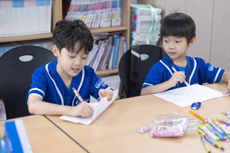 YTo1ODp7czo4OiJGaWxlTmFtZSI7czo0MDoiZDEwMzE2OWUtMTFlOC00OWM3LTgxZDItMTg1MjQ2NDhiNzhkLmpwZyI7czoxMjoiRmlsZURhdGVUaW1lIjtpOjE3NTc4MjkxMjQ7czo4OiJGaWxlU2l6ZSI7aToxMDQ4NjIxO3M6ODoiRmlsZVR5cGUiO2k6MjtzOjg6Ik1pbWVUeXBlIjtzOjEwOiJpbWFnZS9qcGVnIjtzOjEzOiJTZWN0aW9uc0ZvdW5kIjtzOjMwOiJBTllfVEFHLCBJRkQwLCBUSFVNQk5BSUwsIEVYSUYiO3M6ODoiQ09NUFVURUQiO2E6OTp7czo0OiJodG1sIjtzOjI2OiJ3aWR0aD0iMTcyMSIgaGVpZ2h0PSIxMTQ3IiI7czo2OiJIZWlnaHQiO2k6MTE0NztzOjU6IldpZHRoIjtpOjE3MjE7czo3OiJJc0NvbG9yIjtpOjE7czoxNzoiQnl0ZU9yZGVyTW90b3JvbGEiO2k6MDtzOjE1OiJBcGVydHVyZUZOdW1iZXIiO3M6NToiZi8yLjgiO3M6OToiQ29weXJpZ2h0IjtzOjQ6IllBQkMiO3M6MTg6IlRodW1ibmFpbC5GaWxlVHlwZSI7aToyO3M6MTg6IlRodW1ibmFpbC5NaW1lVHlwZSI7czoxMDoiaW1hZ2UvanBlZyI7fXM6NDoiTWFrZSI7czo0OiJTT05ZIjtzOjU6Ik1vZGVsIjtzOjg6IklMQ0UtN000IjtzOjExOiJYUmVzb2x1dGlvbiI7czo1OiIyNDAvMSI7czoxMToiWVJlc29sdXRpb24iO3M6NToiMjQwLzEiO3M6MTQ6IlJlc29sdXRpb25Vbml0IjtpOjI7czo4OiJTb2Z0d2FyZSI7czo1MjoiQWRvYmUgUGhvdG9zaG9wIExpZ2h0cm9vbSBDbGFzc2ljIDE0LjUuMSAoTWFjaW50b3NoKSI7czo4OiJEYXRlVGltZSI7czoxOToiMjAyNTowOToxNCAxNDo1MDo0MyI7czo2OiJBcnRpc3QiO3M6NzoiWUFCQ19TRyI7czo5OiJDb3B5cmlnaHQiO3M6NDoiWUFCQyI7czoxNjoiRXhpZl9JRkRfUG9pbnRlciI7aToyNTQ7czo5OiJUSFVNQk5BSUwiO2E6Njp7czoxMToiQ29tcHJlc3Npb24iO2k6NjtzOjExOiJYUmVzb2x1dGlvbiI7czo0OiI3Mi8xIjtzOjExOiJZUmVzb2x1dGlvbiI7czo0OiI3Mi8xIjtzOjE0OiJSZXNvbHV0aW9uVW5pdCI7aToyO3M6MjE6IkpQRUdJbnRlcmNoYW5nZUZvcm1hdCI7aToxMDQwO3M6Mjc6IkpQRUdJbnRlcmNoYW5nZUZvcm1hdExlbmd0aCI7aToxNjU3Mjt9czoxMjoiRXhwb3N1cmVUaW1lIjtzOjU6IjEvMTI1IjtzOjc6IkZOdW1iZXIiO3M6NToiMjgvMTAiO3M6MTU6IkV4cG9zdXJlUHJvZ3JhbSI7aToxO3M6MTU6IklTT1NwZWVkUmF0aW5ncyI7aTo0MDA7czoxOToiVW5kZWZpbmVkVGFnOjB4ODgzMCI7aToyO3M6MTk6IlVuZGVmaW5lZFRhZzoweDg4MzIiO2k6NDAwO3M6MTE6IkV4aWZWZXJzaW9uIjtzOjQ6IjAyMzIiO3M6MTY6IkRhdGVUaW1lT3JpZ2luYWwiO3M6MTk6IjIwMjU6MDk6MTQgMTQ6MTM6MDkiO3M6MTc6IkRhdGVUaW1lRGlnaXRpemVkIjtzOjE5OiIyMDI1OjA5OjE0IDE0OjEzOjA5IjtzOjE5OiJVbmRlZmluZWRUYWc6MHg5MDEwIjtzOjY6IiswOTowMCI7czoxOToiVW5kZWZpbmVkVGFnOjB4OTAxMSI7czo2OiIrMDk6MDAiO3M6MTk6IlVuZGVmaW5lZFRhZzoweDkwMTIiO3M6NjoiKzA5OjAwIjtzOjE3OiJTaHV0dGVyU3BlZWRWYWx1ZSI7czoxNToiNjk2NTc4NC8xMDAwMDAwIjtzOjEzOiJBcGVydHVyZVZhbHVlIjtzOjE1OiIyOTcwODU0LzEwMDAwMDAiO3M6MTU6IkJyaWdodG5lc3NWYWx1ZSI7czo5OiI5MTY0LzI1NjAiO3M6MTc6IkV4cG9zdXJlQmlhc1ZhbHVlIjtzOjQ6IjAvMTAiO3M6MTY6Ik1heEFwZXJ0dXJlVmFsdWUiO3M6NzoiNzYwLzI1NiI7czoxMjoiTWV0ZXJpbmdNb2RlIjtpOjU7czoxMToiTGlnaHRTb3VyY2UiO2k6MjU1O3M6NToiRmxhc2giO2k6MTY7czoxMToiRm9jYWxMZW5ndGgiO3M6NjoiNzAwLzEwIjtzOjE4OiJTdWJTZWNUaW1lT3JpZ2luYWwiO3M6MzoiNzIyIjtzOjE5OiJTdWJTZWNUaW1lRGlnaXRpemVkIjtzOjM6IjcyMiI7czoxMDoiQ29sb3JTcGFjZSI7aTo2NTUzNTtzOjIxOiJGb2NhbFBsYW5lWFJlc29sdXRpb24iO3M6MTQ6IjY0NDQ5MzM5LzMyNzY4IjtzOjIxOiJGb2NhbFBsYW5lWVJlc29sdXRpb24iO3M6MTQ6IjY0NDQ5MzM5LzMyNzY4IjtzOjI0OiJGb2NhbFBsYW5lUmVzb2x1dGlvblVuaXQiO2k6MztzOjEwOiJGaWxlU291cmNlIjtzOjE6IgMiO3M6OToiU2NlbmVUeXBlIjtzOjE6IgEiO3M6MTQ6IkN1c3RvbVJlbmRlcmVkIjtpOjA7czoxMjoiRXhwb3N1cmVNb2RlIjtpOjE7czoxMjoiV2hpdGVCYWxhbmNlIjtpOjE7czoxNjoiRGlnaXRhbFpvb21SYXRpbyI7czo1OiIxNi8xNiI7czoyMToiRm9jYWxMZW5ndGhJbjM1bW1GaWxtIjtpOjcwO3M6MTY6IlNjZW5lQ2FwdHVyZVR5cGUiO2k6MDtzOjg6IkNvbnRyYXN0IjtpOjA7czoxMDoiU2F0dXJhdGlvbiI7aTowO3M6OToiU2hhcnBuZXNzIjtpOjA7czoxOToiVW5kZWZpbmVkVGFnOjB4QTQzMiI7YTo0OntpOjA7czo2OiIyNDAvMTAiO2k6MTtzOjY6IjcwMC8xMCI7aToyO3M6NToiMjgvMTAiO2k6MztzOjU6IjI4LzEwIjt9czoxOToiVW5kZWZpbmVkVGFnOjB4QTQzNCI7czoyMToiRkUgMjQtNzBtbSBGMi44IEdNIElJIjt9