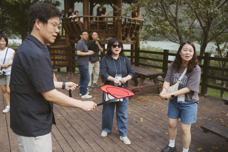 YTo1ODp7czo4OiJGaWxlTmFtZSI7czo0MDoiZDJiMzVlZWEtNzYwNC00Zjk2LThjNDUtZGY3MTU0MTRlMzg2LmpwZyI7czoxMjoiRmlsZURhdGVUaW1lIjtpOjE3NTcyMjM3MDg7czo4OiJGaWxlU2l6ZSI7aToxNTAxMDg1O3M6ODoiRmlsZVR5cGUiO2k6MjtzOjg6Ik1pbWVUeXBlIjtzOjEwOiJpbWFnZS9qcGVnIjtzOjEzOiJTZWN0aW9uc0ZvdW5kIjtzOjMwOiJBTllfVEFHLCBJRkQwLCBUSFVNQk5BSUwsIEVYSUYiO3M6ODoiQ09NUFVURUQiO2E6OTp7czo0OiJodG1sIjtzOjI2OiJ3aWR0aD0iMTc1MiIgaGVpZ2h0PSIxMTY4IiI7czo2OiJIZWlnaHQiO2k6MTE2ODtzOjU6IldpZHRoIjtpOjE3NTI7czo3OiJJc0NvbG9yIjtpOjE7czoxNzoiQnl0ZU9yZGVyTW90b3JvbGEiO2k6MDtzOjE1OiJBcGVydHVyZUZOdW1iZXIiO3M6NToiZi8yLjgiO3M6OToiQ29weXJpZ2h0IjtzOjQ6IllBQkMiO3M6MTg6IlRodW1ibmFpbC5GaWxlVHlwZSI7aToyO3M6MTg6IlRodW1ibmFpbC5NaW1lVHlwZSI7czoxMDoiaW1hZ2UvanBlZyI7fXM6NDoiTWFrZSI7czo0OiJTT05ZIjtzOjU6Ik1vZGVsIjtzOjg6IklMQ0UtN000IjtzOjExOiJYUmVzb2x1dGlvbiI7czo1OiIyNDAvMSI7czoxMToiWVJlc29sdXRpb24iO3M6NToiMjQwLzEiO3M6MTQ6IlJlc29sdXRpb25Vbml0IjtpOjI7czo4OiJTb2Z0d2FyZSI7czo1MjoiQWRvYmUgUGhvdG9zaG9wIExpZ2h0cm9vbSBDbGFzc2ljIDE0LjUuMSAoTWFjaW50b3NoKSI7czo4OiJEYXRlVGltZSI7czoxOToiMjAyNTowOTowNyAxNDozOTo1OCI7czo2OiJBcnRpc3QiO3M6NzoiWUFCQ19TRyI7czo5OiJDb3B5cmlnaHQiO3M6NDoiWUFCQyI7czoxNjoiRXhpZl9JRkRfUG9pbnRlciI7aToyNTQ7czo5OiJUSFVNQk5BSUwiO2E6Njp7czoxMToiQ29tcHJlc3Npb24iO2k6NjtzOjExOiJYUmVzb2x1dGlvbiI7czo0OiI3Mi8xIjtzOjExOiJZUmVzb2x1dGlvbiI7czo0OiI3Mi8xIjtzOjE0OiJSZXNvbHV0aW9uVW5pdCI7aToyO3M6MjE6IkpQRUdJbnRlcmNoYW5nZUZvcm1hdCI7aToxMDQwO3M6Mjc6IkpQRUdJbnRlcmNoYW5nZUZvcm1hdExlbmd0aCI7aToxODI0MTt9czoxMjoiRXhwb3N1cmVUaW1lIjtzOjU6IjEvMjUwIjtzOjc6IkZOdW1iZXIiO3M6NToiMjgvMTAiO3M6MTU6IkV4cG9zdXJlUHJvZ3JhbSI7aToxO3M6MTU6IklTT1NwZWVkUmF0aW5ncyI7aTo1MDtzOjE5OiJVbmRlZmluZWRUYWc6MHg4ODMwIjtpOjI7czoxOToiVW5kZWZpbmVkVGFnOjB4ODgzMiI7aTo1MDtzOjExOiJFeGlmVmVyc2lvbiI7czo0OiIwMjMyIjtzOjE2OiJEYXRlVGltZU9yaWdpbmFsIjtzOjE5OiIyMDI1OjA5OjA2IDE1OjU4OjM1IjtzOjE3OiJEYXRlVGltZURpZ2l0aXplZCI7czoxOToiMjAyNTowOTowNiAxNTo1ODozNSI7czoxOToiVW5kZWZpbmVkVGFnOjB4OTAxMCI7czo2OiIrMDk6MDAiO3M6MTk6IlVuZGVmaW5lZFRhZzoweDkwMTEiO3M6NjoiKzA5OjAwIjtzOjE5OiJVbmRlZmluZWRUYWc6MHg5MDEyIjtzOjY6IiswOTowMCI7czoxNzoiU2h1dHRlclNwZWVkVmFsdWUiO3M6MTU6Ijc5NjU3ODQvMTAwMDAwMCI7czoxMzoiQXBlcnR1cmVWYWx1ZSI7czoxNToiMjk3MDg1NC8xMDAwMDAwIjtzOjE1OiJCcmlnaHRuZXNzVmFsdWUiO3M6MTA6IjE1MDA0LzI1NjAiO3M6MTc6IkV4cG9zdXJlQmlhc1ZhbHVlIjtzOjQ6IjAvMTAiO3M6MTY6Ik1heEFwZXJ0dXJlVmFsdWUiO3M6NzoiNzYwLzI1NiI7czoxMjoiTWV0ZXJpbmdNb2RlIjtpOjU7czoxMToiTGlnaHRTb3VyY2UiO2k6MDtzOjU6IkZsYXNoIjtpOjEzO3M6MTE6IkZvY2FsTGVuZ3RoIjtzOjY6IjMwMC8xMCI7czoxODoiU3ViU2VjVGltZU9yaWdpbmFsIjtzOjM6IjI5NSI7czoxOToiU3ViU2VjVGltZURpZ2l0aXplZCI7czozOiIyOTUiO3M6MTA6IkNvbG9yU3BhY2UiO2k6NjU1MzU7czoyMToiRm9jYWxQbGFuZVhSZXNvbHV0aW9uIjtzOjE0OiI2NDQ0OTMzOS8zMjc2OCI7czoyMToiRm9jYWxQbGFuZVlSZXNvbHV0aW9uIjtzOjE0OiI2NDQ0OTMzOS8zMjc2OCI7czoyNDoiRm9jYWxQbGFuZVJlc29sdXRpb25Vbml0IjtpOjM7czoxMDoiRmlsZVNvdXJjZSI7czoxOiIDIjtzOjk6IlNjZW5lVHlwZSI7czoxOiIBIjtzOjE0OiJDdXN0b21SZW5kZXJlZCI7aTowO3M6MTI6IkV4cG9zdXJlTW9kZSI7aToxO3M6MTI6IldoaXRlQmFsYW5jZSI7aToxO3M6MTY6IkRpZ2l0YWxab29tUmF0aW8iO3M6NToiMTYvMTYiO3M6MjE6IkZvY2FsTGVuZ3RoSW4zNW1tRmlsbSI7aTozMDtzOjE2OiJTY2VuZUNhcHR1cmVUeXBlIjtpOjA7czo4OiJDb250cmFzdCI7aTowO3M6MTA6IlNhdHVyYXRpb24iO2k6MDtzOjk6IlNoYXJwbmVzcyI7aTowO3M6MTk6IlVuZGVmaW5lZFRhZzoweEE0MzIiO2E6NDp7aTowO3M6NjoiMjQwLzEwIjtpOjE7czo2OiI3MDAvMTAiO2k6MjtzOjU6IjI4LzEwIjtpOjM7czo1OiIyOC8xMCI7fXM6MTk6IlVuZGVmaW5lZFRhZzoweEE0MzQiO3M6MjE6IkZFIDI0LTcwbW0gRjIuOCBHTSBJSSI7fQ==