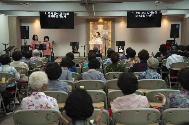 YTo1ODp7czo4OiJGaWxlTmFtZSI7czo0MDoiZDMzYTkwZTYtNGJlZS00NTYyLWJjMzgtZGY5NWFmOTJmMTQwLmpwZyI7czoxMjoiRmlsZURhdGVUaW1lIjtpOjE3NTg1OTU5NTI7czo4OiJGaWxlU2l6ZSI7aToxMjI0NjU7czo4OiJGaWxlVHlwZSI7aToyO3M6ODoiTWltZVR5cGUiO3M6MTA6ImltYWdlL2pwZWciO3M6MTM6IlNlY3Rpb25zRm91bmQiO3M6MzA6IkFOWV9UQUcsIElGRDAsIFRIVU1CTkFJTCwgRVhJRiI7czo4OiJDT01QVVRFRCI7YTo5OntzOjQ6Imh0bWwiO3M6MjY6IndpZHRoPSIxNzUyIiBoZWlnaHQ9IjExNjgiIjtzOjY6IkhlaWdodCI7aToxMTY4O3M6NToiV2lkdGgiO2k6MTc1MjtzOjc6IklzQ29sb3IiO2k6MTtzOjE3OiJCeXRlT3JkZXJNb3Rvcm9sYSI7aTowO3M6MTU6IkFwZXJ0dXJlRk51bWJlciI7czo1OiJmLzQuMCI7czo5OiJDb3B5cmlnaHQiO3M6NDoiWUFCQyI7czoxODoiVGh1bWJuYWlsLkZpbGVUeXBlIjtpOjI7czoxODoiVGh1bWJuYWlsLk1pbWVUeXBlIjtzOjEwOiJpbWFnZS9qcGVnIjt9czo0OiJNYWtlIjtzOjQ6IlNPTlkiO3M6NToiTW9kZWwiO3M6ODoiSUxDRS03TTQiO3M6MTE6IlhSZXNvbHV0aW9uIjtzOjU6IjI0MC8xIjtzOjExOiJZUmVzb2x1dGlvbiI7czo1OiIyNDAvMSI7czoxNDoiUmVzb2x1dGlvblVuaXQiO2k6MjtzOjg6IlNvZnR3YXJlIjtzOjUyOiJBZG9iZSBQaG90b3Nob3AgTGlnaHRyb29tIENsYXNzaWMgMTQuMS4xIChNYWNpbnRvc2gpIjtzOjg6IkRhdGVUaW1lIjtzOjE5OiIyMDI1OjA5OjIzIDExOjUwOjAzIjtzOjY6IkFydGlzdCI7czo3OiJZQUJDX1NHIjtzOjk6IkNvcHlyaWdodCI7czo0OiJZQUJDIjtzOjE2OiJFeGlmX0lGRF9Qb2ludGVyIjtpOjI1NDtzOjk6IlRIVU1CTkFJTCI7YTo2OntzOjExOiJDb21wcmVzc2lvbiI7aTo2O3M6MTE6IlhSZXNvbHV0aW9uIjtzOjQ6IjcyLzEiO3M6MTE6IllSZXNvbHV0aW9uIjtzOjQ6IjcyLzEiO3M6MTQ6IlJlc29sdXRpb25Vbml0IjtpOjI7czoyMToiSlBFR0ludGVyY2hhbmdlRm9ybWF0IjtpOjEwNDA7czoyNzoiSlBFR0ludGVyY2hhbmdlRm9ybWF0TGVuZ3RoIjtpOjE3OTI5O31zOjEyOiJFeHBvc3VyZVRpbWUiO3M6NToiMS8xMDAiO3M6NzoiRk51bWJlciI7czozOiI0LzEiO3M6MTU6IkV4cG9zdXJlUHJvZ3JhbSI7aToxO3M6MTU6IklTT1NwZWVkUmF0aW5ncyI7aTo4MDA7czoxOToiVW5kZWZpbmVkVGFnOjB4ODgzMCI7aToyO3M6MTk6IlVuZGVmaW5lZFRhZzoweDg4MzIiO2k6ODAwO3M6MTE6IkV4aWZWZXJzaW9uIjtzOjQ6IjAyMzIiO3M6MTY6IkRhdGVUaW1lT3JpZ2luYWwiO3M6MTk6IjIwMjU6MDk6MTkgMDk6NTY6MDQiO3M6MTc6IkRhdGVUaW1lRGlnaXRpemVkIjtzOjE5OiIyMDI1OjA5OjE5IDA5OjU2OjA0IjtzOjE5OiJVbmRlZmluZWRUYWc6MHg5MDEwIjtzOjY6IiswOTowMCI7czoxOToiVW5kZWZpbmVkVGFnOjB4OTAxMSI7czo2OiIrMDk6MDAiO3M6MTk6IlVuZGVmaW5lZFRhZzoweDkwMTIiO3M6NjoiKzA5OjAwIjtzOjE3OiJTaHV0dGVyU3BlZWRWYWx1ZSI7czoxNToiNjY0Mzg1Ni8xMDAwMDAwIjtzOjEzOiJBcGVydHVyZVZhbHVlIjtzOjM6IjQvMSI7czoxNToiQnJpZ2h0bmVzc1ZhbHVlIjtzOjk6IjUyMzQvMjU2MCI7czoxNzoiRXhwb3N1cmVCaWFzVmFsdWUiO3M6NDoiMC8xMCI7czoxNjoiTWF4QXBlcnR1cmVWYWx1ZSI7czo3OiI3NjAvMjU2IjtzOjEyOiJNZXRlcmluZ01vZGUiO2k6NTtzOjExOiJMaWdodFNvdXJjZSI7aToyNTU7czo1OiJGbGFzaCI7aToxMztzOjExOiJGb2NhbExlbmd0aCI7czo2OiI1MDAvMTAiO3M6MTg6IlN1YlNlY1RpbWVPcmlnaW5hbCI7czozOiI4NjYiO3M6MTk6IlN1YlNlY1RpbWVEaWdpdGl6ZWQiO3M6MzoiODY2IjtzOjEwOiJDb2xvclNwYWNlIjtpOjY1NTM1O3M6MjE6IkZvY2FsUGxhbmVYUmVzb2x1dGlvbiI7czoxNDoiNjQ0NDkzMzkvMzI3NjgiO3M6MjE6IkZvY2FsUGxhbmVZUmVzb2x1dGlvbiI7czoxNDoiNjQ0NDkzMzkvMzI3NjgiO3M6MjQ6IkZvY2FsUGxhbmVSZXNvbHV0aW9uVW5pdCI7aTozO3M6MTA6IkZpbGVTb3VyY2UiO3M6MToiAyI7czo5OiJTY2VuZVR5cGUiO3M6MToiASI7czoxNDoiQ3VzdG9tUmVuZGVyZWQiO2k6MDtzOjEyOiJFeHBvc3VyZU1vZGUiO2k6MTtzOjEyOiJXaGl0ZUJhbGFuY2UiO2k6MTtzOjE2OiJEaWdpdGFsWm9vbVJhdGlvIjtzOjU6IjE2LzE2IjtzOjIxOiJGb2NhbExlbmd0aEluMzVtbUZpbG0iO2k6NTA7czoxNjoiU2NlbmVDYXB0dXJlVHlwZSI7aTowO3M6ODoiQ29udHJhc3QiO2k6MDtzOjEwOiJTYXR1cmF0aW9uIjtpOjA7czo5OiJTaGFycG5lc3MiO2k6MDtzOjE5OiJVbmRlZmluZWRUYWc6MHhBNDMyIjthOjQ6e2k6MDtzOjY6IjI0MC8xMCI7aToxO3M6NjoiNzAwLzEwIjtpOjI7czo1OiIyOC8xMCI7aTozO3M6NToiMjgvMTAiO31zOjE5OiJVbmRlZmluZWRUYWc6MHhBNDM0IjtzOjIxOiJGRSAyNC03MG1tIEYyLjggR00gSUkiO30=