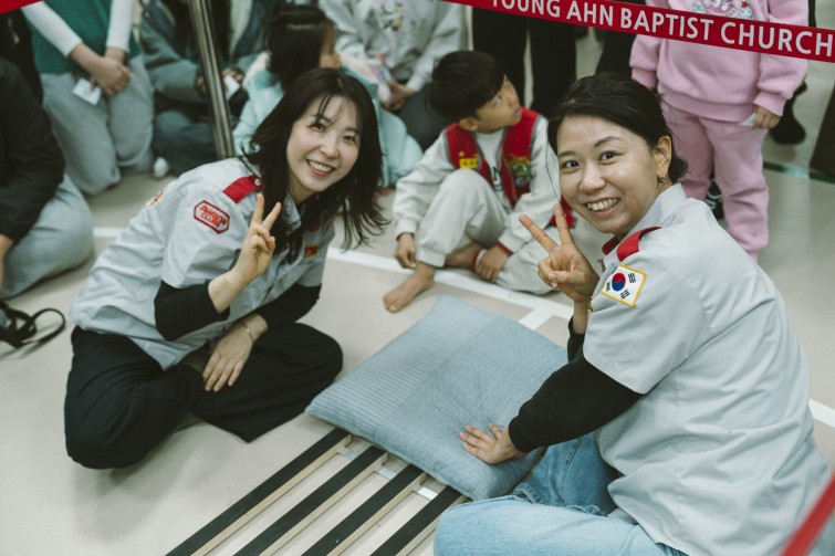 YTo1ODp7czo4OiJGaWxlTmFtZSI7czo0MDoiZDQzZWY5MzQtZDViMi00MDIyLTkxZDctOGQ3NmNlMTUwZjc0LmpwZyI7czoxMjoiRmlsZURhdGVUaW1lIjtpOjE3NjUwNzg5NDY7czo4OiJGaWxlU2l6ZSI7aToxMzM5OTA0O3M6ODoiRmlsZVR5cGUiO2k6MjtzOjg6Ik1pbWVUeXBlIjtzOjEwOiJpbWFnZS9qcGVnIjtzOjEzOiJTZWN0aW9uc0ZvdW5kIjtzOjMwOiJBTllfVEFHLCBJRkQwLCBUSFVNQk5BSUwsIEVYSUYiO3M6ODoiQ09NUFVURUQiO2E6OTp7czo0OiJodG1sIjtzOjI2OiJ3aWR0aD0iMTcyNCIgaGVpZ2h0PSIxMTQ5IiI7czo2OiJIZWlnaHQiO2k6MTE0OTtzOjU6IldpZHRoIjtpOjE3MjQ7czo3OiJJc0NvbG9yIjtpOjE7czoxNzoiQnl0ZU9yZGVyTW90b3JvbGEiO2k6MDtzOjE1OiJBcGVydHVyZUZOdW1iZXIiO3M6NToiZi8yLjgiO3M6OToiQ29weXJpZ2h0IjtzOjQ6IllBQkMiO3M6MTg6IlRodW1ibmFpbC5GaWxlVHlwZSI7aToyO3M6MTg6IlRodW1ibmFpbC5NaW1lVHlwZSI7czoxMDoiaW1hZ2UvanBlZyI7fXM6NDoiTWFrZSI7czo0OiJTT05ZIjtzOjU6Ik1vZGVsIjtzOjg6IklMQ0UtN000IjtzOjExOiJYUmVzb2x1dGlvbiI7czo1OiIyNDAvMSI7czoxMToiWVJlc29sdXRpb24iO3M6NToiMjQwLzEiO3M6MTQ6IlJlc29sdXRpb25Vbml0IjtpOjI7czo4OiJTb2Z0d2FyZSI7czo1MjoiQWRvYmUgUGhvdG9zaG9wIExpZ2h0cm9vbSBDbGFzc2ljIDE1LjAuMSAoTWFjaW50b3NoKSI7czo4OiJEYXRlVGltZSI7czoxOToiMjAyNToxMjowNyAxMjozNjozNSI7czo2OiJBcnRpc3QiO3M6NzoiWUFCQ19TRyI7czo5OiJDb3B5cmlnaHQiO3M6NDoiWUFCQyI7czoxNjoiRXhpZl9JRkRfUG9pbnRlciI7aToyNTQ7czo5OiJUSFVNQk5BSUwiO2E6Njp7czoxMToiQ29tcHJlc3Npb24iO2k6NjtzOjExOiJYUmVzb2x1dGlvbiI7czo0OiI3Mi8xIjtzOjExOiJZUmVzb2x1dGlvbiI7czo0OiI3Mi8xIjtzOjE0OiJSZXNvbHV0aW9uVW5pdCI7aToyO3M6MjE6IkpQRUdJbnRlcmNoYW5nZUZvcm1hdCI7aToxMDQwO3M6Mjc6IkpQRUdJbnRlcmNoYW5nZUZvcm1hdExlbmd0aCI7aToxNzgxMDt9czoxMjoiRXhwb3N1cmVUaW1lIjtzOjU6IjEvMjUwIjtzOjc6IkZOdW1iZXIiO3M6NToiMjgvMTAiO3M6MTU6IkV4cG9zdXJlUHJvZ3JhbSI7aToxO3M6MTU6IklTT1NwZWVkUmF0aW5ncyI7aTozMjA7czoxOToiVW5kZWZpbmVkVGFnOjB4ODgzMCI7aToyO3M6MTk6IlVuZGVmaW5lZFRhZzoweDg4MzIiO2k6MzIwO3M6MTE6IkV4aWZWZXJzaW9uIjtzOjQ6IjAyMzIiO3M6MTY6IkRhdGVUaW1lT3JpZ2luYWwiO3M6MTk6IjIwMjU6MTI6MDYgMTA6MjE6MTUiO3M6MTc6IkRhdGVUaW1lRGlnaXRpemVkIjtzOjE5OiIyMDI1OjEyOjA2IDEwOjIxOjE1IjtzOjE5OiJVbmRlZmluZWRUYWc6MHg5MDEwIjtzOjY6IiswOTowMCI7czoxOToiVW5kZWZpbmVkVGFnOjB4OTAxMSI7czo2OiIrMDk6MDAiO3M6MTk6IlVuZGVmaW5lZFRhZzoweDkwMTIiO3M6NjoiKzA5OjAwIjtzOjE3OiJTaHV0dGVyU3BlZWRWYWx1ZSI7czoxNToiNzk2NTc4NC8xMDAwMDAwIjtzOjEzOiJBcGVydHVyZVZhbHVlIjtzOjE1OiIyOTcwODU0LzEwMDAwMDAiO3M6MTU6IkJyaWdodG5lc3NWYWx1ZSI7czo5OiI3MDQ0LzI1NjAiO3M6MTc6IkV4cG9zdXJlQmlhc1ZhbHVlIjtzOjQ6IjAvMTAiO3M6MTY6Ik1heEFwZXJ0dXJlVmFsdWUiO3M6NzoiNzYwLzI1NiI7czoxMjoiTWV0ZXJpbmdNb2RlIjtpOjU7czoxMToiTGlnaHRTb3VyY2UiO2k6MDtzOjU6IkZsYXNoIjtpOjE1O3M6MTE6IkZvY2FsTGVuZ3RoIjtzOjY6IjQyMC8xMCI7czoxODoiU3ViU2VjVGltZU9yaWdpbmFsIjtzOjM6Ijg5OCI7czoxOToiU3ViU2VjVGltZURpZ2l0aXplZCI7czozOiI4OTgiO3M6MTA6IkNvbG9yU3BhY2UiO2k6NjU1MzU7czoyMToiRm9jYWxQbGFuZVhSZXNvbHV0aW9uIjtzOjE0OiI2NDQ0OTMzOS8zMjc2OCI7czoyMToiRm9jYWxQbGFuZVlSZXNvbHV0aW9uIjtzOjE0OiI2NDQ0OTMzOS8zMjc2OCI7czoyNDoiRm9jYWxQbGFuZVJlc29sdXRpb25Vbml0IjtpOjM7czoxMDoiRmlsZVNvdXJjZSI7czoxOiIDIjtzOjk6IlNjZW5lVHlwZSI7czoxOiIBIjtzOjE0OiJDdXN0b21SZW5kZXJlZCI7aTowO3M6MTI6IkV4cG9zdXJlTW9kZSI7aToxO3M6MTI6IldoaXRlQmFsYW5jZSI7aToxO3M6MTY6IkRpZ2l0YWxab29tUmF0aW8iO3M6NToiMTYvMTYiO3M6MjE6IkZvY2FsTGVuZ3RoSW4zNW1tRmlsbSI7aTo0MjtzOjE2OiJTY2VuZUNhcHR1cmVUeXBlIjtpOjA7czo4OiJDb250cmFzdCI7aTowO3M6MTA6IlNhdHVyYXRpb24iO2k6MDtzOjk6IlNoYXJwbmVzcyI7aTowO3M6MTk6IlVuZGVmaW5lZFRhZzoweEE0MzIiO2E6NDp7aTowO3M6NjoiMjQwLzEwIjtpOjE7czo2OiI3MDAvMTAiO2k6MjtzOjU6IjI4LzEwIjtpOjM7czo1OiIyOC8xMCI7fXM6MTk6IlVuZGVmaW5lZFRhZzoweEE0MzQiO3M6MjE6IkZFIDI0LTcwbW0gRjIuOCBHTSBJSSI7fQ==